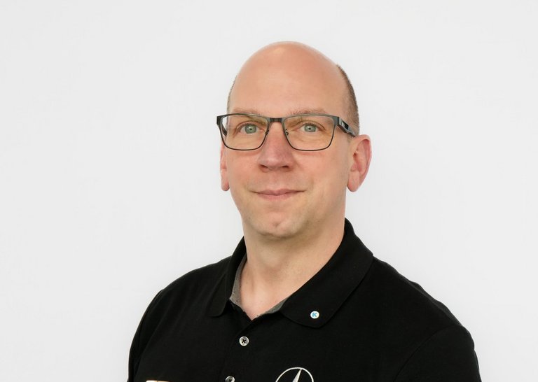 holger-hennen.jpg