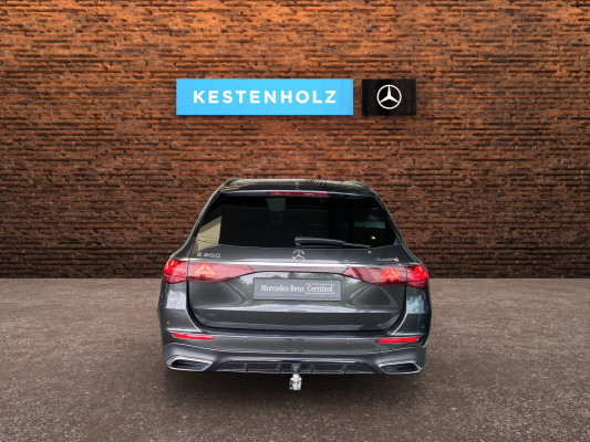 [all]Werksgarantie bis 21.07.2028 / Gratisservice 10 Jahre oder 100'000 Km, Reparaturservice 3 Jahre oder 100'000 Km ab 1.Inv. / zzgl. Ablieferungspauschale CHF 540.-[/all]


[all]


[/all]&nbsp; AVANTGARDE ExterieurAVANTGARDE InterieurAirbag: Airbag Fahrer und BeifahrerAirbag: Automatische Beifahrerairbag-AbschaltungAirbag: KneebagAirbag: MittenairbagAirbag: Seitenairbag f&uuml;r Fahrer und BeifahrerAntiblockiersystem (ABS)Assist: Aktiver Spurhalte-AssistentAssist: COLLISION PREVENTION ASSIST PLUSAssist: Fussg&auml;ngerschutzAssist: Mercedes-Benz NotrufsystemAssist: R&uuml;ckfahrkameraAssist: Vorr&uuml;stung f&uuml;r DISTRONICAussenspiegel elektrisch anklappbarElektrische Fensterheber vorneElektronisches Stabilit&auml;ts-Programm (ESP)FahrerbeobachtungskameraFingerabdruckscannerGarantie: 3 Jahre oder 100 000 kmGetriebe: 9G-TRONIC AutomatikInnen- und Aussenspiegel automatischIntegrierter Startergenerator der zweiten GenerationKEYLESS GOKlima: Klimatisierungsautomatik THERMATICLackierung: Uni-LackierungLicht: LED High Performance-ScheinwerferLicht: Umfeldbeleuchtung mit Projektion des MarkenlogosMedia: Android AutoMedia: Apple CarPlayMedia: Digitales Radio (DAB)Media: Festplatten-NavigationMedia: MBUX MultimediasystemMedia: Vorr&uuml;stung f&uuml;r digitales RadioMotor-Restw&auml;rmenutzungPaket: AVANTGARDE AdvancedPaket: Advanced-PaketPaket: Sitzkomfort-PaketPassive PersonenanwesenheitserinnerungR&auml;der: ReifendruckkontrolleR&auml;der: SommerreifenServolenkungSitze: Sitzbelegungserkennung f&uuml;r FondsitzeWegfahrsperre elektronisch AMG Line ExterieurAMG StylingFahrwerk:AGILITY CONTROL-Fahrwerk mit selektivemAMG Line InterieurAMG FussmattenDekor: Instrumententafel und Bordkanten in Ledernachbildung ARTICO in NappaoptikLenkrad: Multifunktions-Sportlenkrad in Leder Nappa, unten abgeflacht, im GriffbereichLicht: Ambientebeleuchtung PlusAnh&auml;ngerkupplung mit ESP Anh&auml;ngerstabilisierungLackierung: Metallic-LackierungMedia: Burmester&reg; 4D-Surround-SoundsystemMedia: Head-Up DisplayPaket: AMG Line Advanced PlusBeleuchtete Einstiegsleisten mit Mercedes-Benz SchriftzugLicht: Adaptiver Fernlicht-Assistent PlusLicht: DIGITAL LIGHTMedia: MBUX Augmented Reality f&uuml;r NavigationPaket: AMG Line AdvancedPaket: Memory-PaketPaket: Park-Paket mit 360-KameraPaket: Fahrassistenz-Paket PlusAssist: Aktiver Abstands-Assistent DISTRONICAssist: Aktiver Geschwindigkeitslimit-AssistentAssist: Aktiver Lenk-AssistentAssist: Aktiver Spurwechsel-AssistentAssist: Erweitertes automatisches Wiederanfahren im StauAssist: PRE-SAFE SystemAssist: Verkehrszeichen-AssistentPaket: Leder-PaketPaket: Leder-PaketPaket: Night-PaketDachreling schwarzW&auml;rmed&auml;mmend dunkel get&ouml;ntes GlasPaket: Park-Paket mit 360-KameraAssist: 360-KameraAssist: Aktiver Parkassistent inkl. PARKTRONICPaket: USB-Paket PlusPaket: WinterpaketLenkrad: LenkradheizungScheibenwaschd&uuml;sen beheiztPanorama-SchiebedachPolster: Polster Leder einfarbigR&auml;der: AMG Leichtmetallr&auml;der im Vielspeichen-Design 20''Sitze: Sitzklimatisierung vorne
