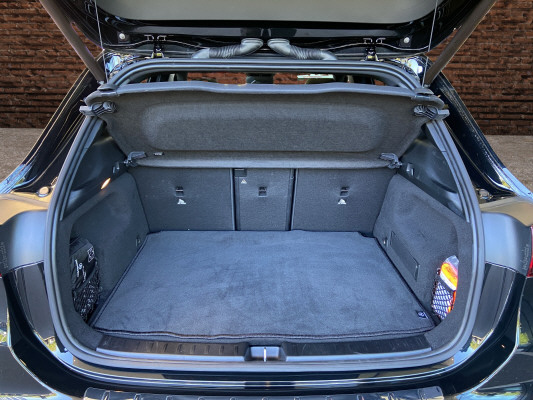 [all]12 Monate Garantie / Gratisservice 10 Jahre oder 100'000 Km ab 1.Inv. / zzgl. Ablieferungspauschale CHF 540.-[/all]


[all]


[/all]&nbsp; AMG Abgasanlage mit 2 runden, hochgl&auml;nzend verchromten DoppelendrohrblendenAMG Driver's PackageAMG Front- und Hecksch&uuml;rzeAMG Track PaceAirbag: Airbag Beifahrer deaktivierbarAirbag: Airbag Fahrer und BeifahrerAirbag: Head-/Thorax-SidebagsAirbag: Knie-Airbag f&uuml;r FahrerAirbag: Seitenairbag f&uuml;r Fahrer und BeifahrerAntiblockiersystem (ABS)Assist: Aktiver BremssassistentAssist: Aktiver Spurhalte-AssistentAssist: TEMPOMAT mit LimiterDekor: Zierelemente mit CarbonstrukturECO Start-Stopp-FunktionElektronisches Stabilit&auml;ts-Programm (ESP)Erste-Hilfe-Kasten und WarndreieckFahrzeugschl&uuml;ssel mit dekorativer ChromeinfassungGarantie: MERCEDES-SWISS-INTEGRALGep&auml;cknetz im BeifahrerfussraumGetriebe: 8-Stufen-Automat AMG SPEEDSHIFT DCTKEYLESS GO Start FunktionKlima: Klimatisierungsautomatik THERMOTRONICLackierung: Uni-Lackierung PolarweissLenkrad: AMG LenkradtastenLenkrad: AMG Performance Lenkrad in Leder Nappa/Microfaser DINAMICALicht: LED High Performance-ScheinwerferMERCEDES-BENZ MOBILIT&Auml;TMedia: Digitales Radio (DAB)Paket: Advantage-PaketPolster: Ledernachbildung ARTICO/Mikrofaser DINAMICARegensensor f&uuml;r Scheibenwischer vorneReifendruck-KontrollanzeigeRemote ServicesR&auml;der: AMG Leichtmetallr&auml;der 20" im 5-Doppelspeichen-DesignServolenkung geschwindigkeitsabh&auml;ngigTIREFIT mit Reifenf&uuml;llkompressor AMG Einstiegsleisten mit AMG Schriftzug und BeleuchtungAirbag: Seitenairbags hintenAssist: VerkehrszeichenerkennungDachreling schwarzDiebstahlwarnanlage mit Innenraum-EASY-PACK-HeckklappeGUARD 360 Fahrzeugsicherung PlusDiebstahlwarnanlage mit Innenraum-Lackierung: Metallic-LackierungLicht: Adaptiver Fernlicht-Assistent PlusLicht: MULTIBEAM LED ScheinwerferLicht: Umfeldbeleuchtung mit Projektion des MarkenlogosMBUX Interieur-AssistentMedia: Burmester Surround SoundsystemMedia: Head-Up DisplayMedia: Konnektivit&auml;ts-Paket NavigationMedia: FestplattennavigationMedia: Vorr&uuml;stung f&uuml;r NavigationsdiensteMedia: MBUX Augmented Reality f&uuml;r NavigationMedia: Smartphone-IntergrationMedia: Vorr&uuml;stung f&uuml;r Live Traffic InformationMedia: Vorr&uuml;stung f&uuml;r NavigationsdienstePaket: AMG Sport-Paket BlackW&auml;rmed&auml;mmendes Glas, ab B-S&auml;ule dunkel get&ouml;ntPaket: AMG Sport-Paket Black IIPaket: ENERGIZING PaketPaket: Fahrassistenz-Paket ohne PRE-SAFEAssist: Aktiver Geschwindigkeitslimit-AssistentAssist: Aktiver Lenk-AssistentAssist: Aktiver Park-Assistent mit DISTRONICAssist: Aktiver Spurwechsel-AssistentAssist: Automatische Wiederanfahrt im StauAssist: Streckenbasierte GeschwindigkeitsanpassungPaket: Komfort-PaketPaket: MBUX Innovations-PaketMBUX Interieur-AssistentMedia: Head-Up DisplayPaket: Park-Paket mit 360&deg; -KameraAssist: 360-KameraAssist: Aktiver Parkassistent inkl. PARKTRONICPaket: Premium-Plus-PaketMedia: Media-DisplayVolldigitales Instrumenten-DisplayPanorama-SchiebedachR&auml;der: AMG Leichtmetallr&auml;der im Kreuzpeichen-design, 21JR&auml;der: SommerreifenSitze: 4-Wege-Lordosenst&uuml;tzeSitze: Fondsitze l&auml;ngs verstellbarSitze: Mittelarmlehne hintenSitze: Sitzheizung f&uuml;r Fahrer und BeifahrerSitze: Sportsitze vorneVolldigitales Instrumenten-DisplayVorbereitung f&uuml;r Anh&auml;ngevorrichtung