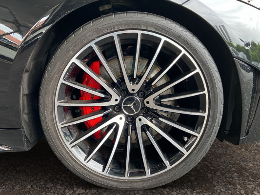 [all]12 Monate Garantie / zzgl. Ablieferungspauschale CHF 540.-[/all]


[all]


[/all]&nbsp; AMG AbrisskanteAMG Fussmatten mit AMG SchriftzugAMG Pedale aus geb&uuml;rstetem Edelstahl mit GumminoppenAMG Track PaceAirbag: Airbags, Thorax-Pelvis-Airbags in den Sitzen und Windowbags f&uuml;r Fahrer und BeifahrerAirbag: Kneebag f&uuml;r FahrerAllradantrieb AMG Performance 4MATIC+ mit variabler LeistungsverteilungAmbientebeleuchtung mit 64 Farben und 3 FarbzonenAssist: Aktiver BremssassistentAssist: Aktiver Spurhalte-AssistentAssist: Geschwindigkeitslimit-AssistentAssist: Mercedes-Benz NotrufsystemBeleuchtete Einstiegsleisten mit Mercedes-Benz Schriftzug und WechselcoverBordkantenzierstab und Fenstereinfassung in Aluminium poliertBrillenfachDekor: Innenhimmel Stoff schwarzFahrwerk: AMG RIDE CONTROL+Fahrwerk: DYNAMIC SELECT mit folgender Fahrprogramm-Auswahl: Comfort, Eco, Sport, Sport+,Garantie: MERCEDES-SWISS-INTEGRALGetriebe: 9G-TRONIC AutomatikGet&ouml;nte W&auml;rmeschutzverglasungHecksch&uuml;rzeKEYLESS GO Start FunktionKatalysator geregeltKlima: 2-Zonen-Klimatisierungsautomatik THERMATICKraftstofftank 80 LiterLackierung: Uni-LackierungLicht: Adaptiver Fernlicht-Assistent PlusLicht: MULTIBEAM LEDMedia: Burmester Surround SoundsystemMedia: Digitaler Radioempfang (DAB/DAB+)Media: Erweiterte Features MBUXMedia: Kabelloses Ladesystem f&uuml;r mobile Endger&auml;teMedia: Kommunikationsmodul (LTE) zur Nutzung von Mercedes me connect DienstenMedia: Konnektivit&auml;ts-Paket NavigationMedia: MBUX Augmented Reality f&uuml;r NavigationMedia: MBUX Multimediasystem, volldigitales Cockpit mit zwei 10,25-Zoll-FarbdisplaysMedia: Smartphone IntegrationMedia: Touchpad in der MittelkonsoleMercedes Stern im K&uuml;hlergrillPRE-SAFE SicherheitssystemPaket: Ablage-PaketPaket: Innenraumlicht-PaketPaket: KEYLESS GO Komfort-PaketPaket: Memory-PaketPaket: Park-Paket mit 360 -KameraPaket: Spiegel-PaketPolster: Leder Nappa AMGReifendruckkontrolleRemote Services Plus mit Fahrzeugkonfiguration und -&uuml;berwachung &uuml;ber die Mercedes me connectR&auml;der: AMG 19 -Leichtmetallrader im 5-Doppelspeichen-DesignSchaltbare AMG Performance AbgasanlageSitze: Fondsitzlehnenklappung [40/20/40]Sitze: Sitzheizung f&uuml;r Fahrer und BeifahrerSitze: i-Size KindersitzbefestigungSitzkomfort-PaketStartergenerator EQ BoostTIREFIT mit Reifenf&uuml;llkompressorVorinstallation f&uuml;r digitale Schl&uuml;ssel&uuml;bertragungWidescreen Cockpit Dekor: Innenhimmel Stoff beigeDekor: Instrumententafel und Bordkanten der T&uuml;ren in Leder NappaDekor: Zierelemente Esche schwarzFahrwerk: AIRMATICLackierung: Metallic-LackierungPaket: AMG DYNAMIC PLUS PaketBremss&auml;ttel rot lackiertFahrwerk: Fahrprogramm AMG DYNAMIC SELECT &laquo;RACE&raquo; mit Drift-ModusLenkrad: AMG Performance Lenkrad in Leder Nappa/Microfaser DINAMICAPaket: AMG Sport-Paket BlackPolster: Leder Nappa AMG enifarbigSitze: Sitzheizung im FondSitze: Sitzklimatisierung vorneStandheizungURBAN GUARD Fahrzeugschutz Plus