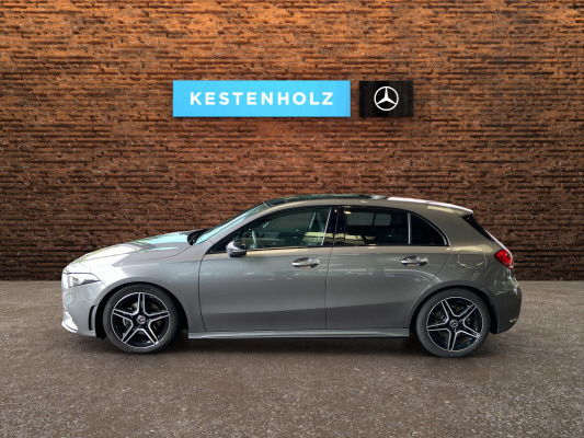 [all]12 Monate Garantie / zzgl. Ablieferungspauschale CHF 540.-[/all]


[all]


[/all]&nbsp; AMG Leichtmetallr&auml;der im 5-Doppelspei-Ablagen in den T&uuml;renAirbag: Airbag Fahrer und BeifahrerAirbag: Automatische Beifahrerairbag-AbschaltungAirbag: Knie-Airbag f&uuml;r FahrerAirbag: Seitenairbag f&uuml;r Fahrer und BeifahrerAirbag: Window-KopfairbagsAntiblockiersystem (ABS)Antriebsschlupfregelung (ASR)Assist: Aktiver BremssassistentAssist: NotrufsystemAssist: SpurhalteassistentAssist: Transparente MotorhaubeAssist:Reifendruck-KontrollanzeigeAssist:Tempomat mit variabler Geschwindigkeits-Auspuffblende, verchromtAussenspiegel in WagenfarbeBremsassistent (BAS)BremsbelagverschleissDYNAMIC SELECT SchalterDekor: Bordkantenzierstab in ChromDekor: Dachhimmel schwarzDiamantgrillDoppelcupholder vorneDrittes Bremslicht LEDECO Start-Stopp-FunktionEinstiegsschienen vorne mit LogoElektronisches Stabilit&auml;ts-Programm (ESP)Getriebe: Sequentielles 7-Gang-Getriebe mitHeckscheibenheizungHeckscheibenwischerH&ouml;henverstellbare Gurten vorneKEYLESS GO Start FunktionKatalysator geregeltKlima:Klimatisierungsautomatik THERMOTRONICKomfortfahrwerk mit TieferlegungKommunikationsmodulLackierung: Uni-LackierungLenkrad:Multifunktions-Sportlenkrad in Leder NappaLicht: LED Blinker im AussenspiegelLicht: LED High Performance-ScheinwerferLicht: LED-TagfahrlichtLicht: NebelschlussleuchteLicht:Adaptives BremslichtLicht:HalogenscheinwerferMake up-Spiegel linksMake up-Spiegel rechtsMedia: Vorr&uuml;stung f&uuml;r digitales RadioPolsterung Ledernachbildung ARTICO/StoffRegensensor f&uuml;r Scheibenwischer vorneR&auml;der:Reifenreparatur-Set mit KompressorScheibenwischer vorne mit IntervallSeitenschwellerverkleidung in Wagen-Servolenkung geschwindigkeitsabh&auml;ngigSitzbelegungserkennung f&uuml;r BeifahrersitzSitze: 3-Punkt-Sicherheitsgurte auf allen Pl&auml;tzenSitze:Gurtstraffer vorneSitze:ISOFIX-Befestigungspunkte f&uuml;r KindersitzSitze:Komfortsitze vorneSitze:Kopfst&uuml;tzen hinten h&ouml;henverstellbarSitze:Sportsitze vorneSteckdose 12-Volt- vorneStossstangen in WagenfarbeTouchpadT&uuml;rgriffe aussen in WagenfarbeWegfahrsperre elektronischZentralverriegelung mit Fernbedienung und automatischer T&uuml;rverriegelung AMG VeloursfussmattenAblagefach mit Rollo in MittelkonsoleAssist: PRE-SAFE SicherheitssystemAssist: VerkehrszeichenerkennungAssist:Real Time Traffic InformationDekor: Zierelemente Aluminium mit L&auml;ngsschliff hellElektrisches Panorama-GlasdachFahrassistenz-PaketAssist: Aktiver Spurhalte-Assistent und aktiver Totwinkel-AssistentAssist: AusweichassistentAssist: LenkassistentAssist: PRE-SAFE PLUSAssist: PRE-SAFE SicherheitssystemAssist: VerkehrszeichenerkennungAssist:Abstandsregel-Tempomat DISTRONICGep&auml;cktrennnetzInnen- und Aussenspiegel automatischKonnektivit&auml;ts-Paket SmartphoneMedia:Smartphone IntergrationspaketLackierung: Metallic-LackierungLicht- und SichtpaketLicht: Adaptiver Fernlicht-Assistent PlusLicht: MULTIBEAM LED ScheinwerferMedia: Erweiterte NavigationsdiensteMedia: Head-Up DisplayMedia: MBUX Augmented Reality f&uuml;r NavigationMedia: SoundsystemMedia: Vorr&uuml;stung f&uuml;r Konnektivit&auml;ts-Paket NavigationMedia:HDD Festplatten NavigationssystemMedia:Smartphone IntergrationspaketNight-PaketAussenspiegel in HochglanzschwarzK&uuml;hlergrill schwarz gl&auml;nzendW&auml;rmed&auml;mmendes Glas, ab B-S&auml;ule dunkel get&ouml;ntPaket: Laderaum-PaketPaket: Memory-Paket f&uuml;r Fahrersitz und Aussen-Paket: Park-Paket mit 360 -KameraPaket: Park-Paket mit R&uuml;ckfahrkameraPremium Plus-PaketArmlehne im Fond klapp- und (entnehmbar)KEYLESS GO Zugangs- und FahrberechtigungPaket: Memory-Paket f&uuml;r Fahrersitz und Aussen-Sitze: Beifahrersitz elektrisch verstellbar mit Memory-FunktionSitze: Vordersitze heizbarScheibenwaschanlage beheizbarSitze: Beifahrersitz elektrisch verstellbar mit Memory-FunktionSitze: Lordosenverstellung (4-Wege) f&uuml;r Fahrer und BeifahrerSitze: R&uuml;cksitzlehne geteilt abklappbarSitze: Vordersitze heizbarSitzkomfort-PaketVolldigitales Instrumenten-DisplayW&auml;rmed&auml;mmendes Glas, ab B-S&auml;ule dunkel get&ouml;nt
