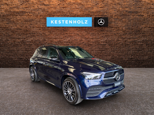 [all]12 Monate Garantie / Gratisservice 10 Jahre oder 100'000 Km ab 1.Inv. / zzgl. Ablieferungspauschale CHF 540.-[/all]


[all]


[/all]&nbsp; AMG StylingAirbag: Airbag Fahrer und BeifahrerAirbag: Knie-Airbag f&uuml;r FahrerAirbag: Seitenairbag f&uuml;r Fahrer und BeifahrerAirbag: Window-KopfairbagsAmbientebeleuchtungAntiblockiersystem (ABS)Assist: Aktiver BremssassistentAssist: Aktiver Spurhalte-AssistentAssist: Mercedes-Benz NotrufsystemAssist: Tempomat mit GeschwindigkeitsbegrenzerAssist: VerkehrszeichenerkennungDekor: Zierelemente Aluminium mit geb&uuml;rsteter Oberfl&auml;cheEASY-PACK-HeckklappeElektronisches Stabilit&auml;ts-Programm (ESP)Getriebe:9-Stufen-Automat sequentiellKlima: Klimatisierungsautomatik THERMATICLackierung: Uni-LackierungLenkrad: Multifunktions-Sportlenkrad in Leder NappaLicht: Adaptiver Fernlicht-AssistentLicht: LED HeckleuchtenLicht: LED High Performance-ScheinwerferMERCEDES-BENZ MOBILIT&Auml;TMERCEDES-SWISS-INTEGRALMedia: Digitales Radio (DAB)Media: Kabelloses Ladesystem f&uuml;r mobile Endger&auml;teMedia: Kommunikationsmodul (LTE) zur Nutzung von Mercedes me connect DienstenMedia: TouchpadMedia:MBUX MultimediasystemPaket: Park-Paket mit R&uuml;ckfahrkameraPolster: Ledernachbildung ARTICO/Mikrofaser DINAMICA schwarzRegensensor f&uuml;r Scheibenwischer vorneReifendruck-KontrollanzeigeR&auml;der: 20"AMG Leichtmetallr&auml;der im 5-Doppelspeichen-DesignR&auml;der: Reifenreparatur-Set (Tire Fit)Servolenkung geschwindigkeitsabh&auml;ngigSitze: 4-Wege-Lordosenst&uuml;tzeVeloursfussmattenWidescreen Cockpit 230 V Steckdose im FondAnh&auml;ngerkupplung mit ESP Anh&auml;ngerstabilisierungAssist: Anh&auml;ngerrangier-AssistentDekor: Dashboard und T&uuml;rlinien in Ledernachbildung ARTICODekor: Innenhimmel Stoff schwarzDekor: Zierelemente Holz Eiche anthrazit offenporigFahrzeugschl&uuml;ssel in Schwaz Hochglanz mit Zierrahmen in Chrom HochglanzKlima: Klimatisierungsautomatik THERMOTRONICLackierung: Metallic-LackierungLadeboden abschliessbarLaderaumabdeckung inklusive EASY-PACK SicherheitsnetzMedia: Head-Up DisplayMedia: Smartphone-IntergrationPaket: Fahrassistenz-Paket PLUSPaket: KEYLESS-GO Komfort-PaketPaket: Memory-PaketPaket: Night-Paket mit AMG LineAussenspiegel in HochglanzschwarzDachreling und Einleger an der Fenstereinfassung in ChromW&auml;rmed&auml;mmendes Glas, ab B-S&auml;ule dunkel get&ouml;ntPaket: Park-Paket mit 360 -KameraPaket: Premium-Plus PaketAssist: Totwinkel-AssistentLicht: MULTIBEAM LEDMedia: Burmester Surround SoundsystemMedia: MBUX Augmented Reality f&uuml;r NavigationPaket: ENERGIZING PaketPaket: KEYLESS-GO Komfort-PaketPaket: Memory-PaketPaket: Park-Paket mit 360 -KameraPaket: Spiegel-PaketPanorama-SchiebedachSitze: Sitzheizung f&uuml;r Fahrer und BeifahrerPaket: Spiegel-PaketPolster: Polsterung Leder NappaR&auml;der: AMG Leichtmetallr&auml;der im Vielspeichen-Design 21J mit AMG Night PaketSitze: Sitzklimatisierung vorne mit Advantage-PaketStandheizung