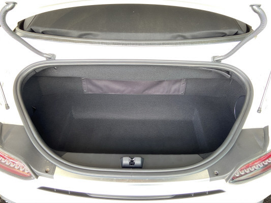 [all]12 Monate Garantie / Gratisservice 10 Jahre oder 100'000 Km ab 1.Inv. / zzgl. Ablieferungspauschale CHF 540.-[/all]


[all]

[/all]&nbsp; AMG DRIVE UNITAMG EinstiegleistenAMG KombiinstrumentAMG Performance-AbgasanlageAblagen in den T&uuml;renAirbag: Airbag Fahrer und BeifahrerAirbag: Automatische Beifahrerairbag-AbschaltungAirbag: Knie-Airbag f&uuml;r Fahrer und BeifahrerAirbag: Seiten- und Beckenairbag (Pelvisbag)Airbag: Window-KopfairbagsAntiblockiersystem (ABS)Antriebsschlupfregelung (ASR)Assist: ATTENTION ASSIST (Aufmerksamkeitsassistent)Assist: Aktiver BremssassistentAssist: NotrufsystemAssist:ADAPTIVE BRAKE mit HOLD-Funktion und BerganfahrhilfeAssist:Reifendruck-KontrollanzeigeBeleuchtetes und abschliessbares HandschuhfachBremss&auml;ttel silber lackiertDekor: Dachhimmel schwarzDekor:Aluminium-ApplikationenDoppelcupholderECO Start-Stopp-FunktionElektrische Fensterheber vorne mitElektronisches Stabilit&auml;ts-Programm (ESP)Fahrwerk: AMG HinterachslenkungFahrwerk:AMG Hochleistungs-BremsanlageFahrwerk:AMG RIDE CONTROL SportfahrwerkFahrwerk:MG Hinterachs-SperrdifferenzialGetriebe: Sequentielles 7-Gang-Getriebe mitHeckfl&uuml;gelKEYLESS GO Start FunktionKatalysator geregeltKindersitzerkennung im BeifahrersitzKlima:Klimatisierungsautomatik THERMOTRONICLackierung: Uni-LackierungLenkrad:AMG LenkradtastenLenkrad:AMG Performance Lenkrad in Leder Nappa/Lenks&auml;ule in H&ouml;he und Tiefe einstellbarLicht: Fahrlichtassistent (automatisches Fahrlicht)Licht: LED Blinker im AussenspiegelLicht: LED HeckleuchtenLicht: LED High Performance-ScheinwerferLicht: LED-TagfahrlichtLicht:Adaptives BremslichtMedia: Digitaler Radioempfang (DAB/DAB+)Media: Kommunikationsmodul (LTE)Media:Audio 20 USB Mulimediasystem mit FarbdisplayMittelkonsole mit AblagefachPaket: Memory-Paket (Vordersitze, Lenks&auml;ule undPollenfilter (Staubfilter)Polster: Polsterung Leder NappaRegensensor f&uuml;r Scheibenwischer vorneReiserechnerR&auml;der: SommerreifenR&auml;der:AMG Leichtmetallr&auml;der im 10-Speichen-R&auml;der:AMG Leichtmetallr&auml;der im 5-Doppel-ServolenkungSitze: 3-Punkt-Sicherheitsgurte auf allen Pl&auml;tzenSitze: Armlehne vorne mit AblagefachSitze:AMG SportsitzeSitze:Gurtstraffer vorneSitze:Vordersitze heizbarSonnenblende Fahrer und Beifahrerseite mit beleuchtetem SpiegelSteckdose 12VVerbandskastenVerdeck schwarzVolldigitales Instrumenten-DisplayWarnweste f&uuml;r FahrerWartungsintervall-AnzeigeW&auml;rmeschutzverglasung AIRSCARF KopfraumheizungAssist: Abstandsregel-Tempomat DISTRONIC PLUSAssist: PRE-SAFE SicherheitssystemAssist: Totwinkel-AssistentDekor: AMG Zierelemente CarbonDekor: Dachhimmel designo in DINAMICA schwarzKraftstofftank 75 LiterLackierung: Sonderlackierung designo metallicLenkrad: AMG Performance Lenkrad in Microfaser DINAMICALicht: Adaptiver Fernlicht-AssistentMedia: Burmester Surround SoundsystemMedia: COMAND Online Multimedia-SystemMedia: Media Interface Kabel KitMedia: Smartphone IntegrationMedia:Vorr&uuml;stung f&uuml;r Ladeerhaltungsger&auml;tPaket: AMG DYNAMIC PLUS PaketPaket: KEYLESS-GO-PaketKEYLESS GOKofferraum-FernschliessungPaket: Memory-Paket mit AMG Performance SitzeSitze: Beifahrersitz elektrisch verstellbar mit Memory-FunktionSitze:Fahrersitz elektrisch verstellbar mit Memoryschaltung, inkl. Lenks&auml;ule und AussenspiegelSitze:Lordosenverstellung (4-Wege) f&uuml;r Fahrer und BeifahrerPaket: Park-Paket mit R&uuml;ckfahrkamera inkl.Assist: Park Distance Control PARKTRONICAssist: R&uuml;ckfahrkamera mit HilfslinienAssist:FrontkameraPaket: Spiegel-PaketAussenspiegel rechts und links beheizt,elektrisch verstell- / und einklappbarInnen- und Aussenspiegel fahrerseitig automatisch abblendbarLicht: Bodenbeleuchtung in den AussenspiegelnPaket:AMG Night-PaketPolster: Polsterung Leder Exklusiv NappaR&auml;der: Reifenreparatur-Set (Tire Fit)R&auml;der:AMG Schmieder&auml;der im Kreuzspeichen-Sitze: AMG Performance SitzeSitze: Vordersitze klimatisiertWindschott