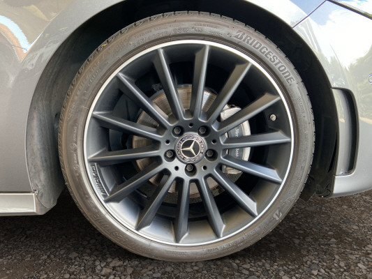 [all]12 Monate Garantie / Gratisservice 10 Jahre oder 100'000 Km ab 1.Inv. / zzgl. Ablieferungspauschale CHF 540.-[/all]


[all]

[/all]&nbsp; AMG Hecksch&uuml;rze mit Chromzierelement und sichtbaren EndrohrblendenAMG VeloursfussmattenAirbag: Airbag Fahrer und BeifahrerAirbag: Automatische Beifahrerairbag-AbschaltungAirbag: Knie-Airbag f&uuml;r FahrerAirbag: Sidebags f&uuml;r Fahrer und Beifahrer (kombinierte Thorax-Pelvis-Airbags)Airbag: Window-KopfairbagsAntiblockiersystem (ABS)Assist: Aktiver BremssassistentAssist: Aktiver Spurhalte-AssistentAssist: Mercedes-Benz NotrufsystemAssist: R&uuml;ckfahrkameraAssist: TEMPOMAT mit LimiterDYNAMIC SELECTDoppelcupholder vorneElektronisches Stabilit&auml;ts-Programm (ESP) mit Antriebsschlupfregel ASRErste-Hilfe-Kasten und WarndreieckFahrwerk: ParameterlenkungGarantie: MERCEDES-SWISS-INTEGRAL PaketGetriebe: Automatisches Doppelkupplungsgetriebe 7G-DCTKlima: Klimatisierungsautomatik THERMATICLicht- und SichtpaketMedia: Kommunikationsmodul (LTE) zur Nutzung von Mercedes me connect DienstenMedia: TouchpadMedia: Vorr&uuml;stung f&uuml;r digitales RadioPolster: Ledernachbildung ARTICO/Mikrofaser DINAMICARegensensor f&uuml;r Scheibenwischer vorneReifendruck-KontrollanzeigeRemote ServicesR&auml;der: AMG Leichtmetallr&auml;der im 5-Doppelspeichen Design 18JR&auml;der: Reifenreparatur-Set (Tire Fit)Sitze: Vordersitze manuell verstellbar Assist: PRE-SAFE SicherheitssystemAssist: VerkehrszeichenerkennungDachhimmel schwarzDekor: Zierelemente Holz Linde schwarz offenporingDigitales 10-Zoll-InstrumentendisplayInnenspiegel und Aussenspiegel links automatisch abblendendKabelloses Ladesystem f&uuml;r SmartphoneKlima: Klimatisierungsautomatik THERMOTRONICLackierung: Metallic-LackierungLicht: Adaptiver Fernlicht-Assistent PlusLicht: MULTIBEAM LED ScheinwerferMedia: Smartphone-IntergrationPaket: Advantage-PaketMedia: 10-Zoll-Media-DisplayMedia: FestplattennavigationPaket: Park-Paket mit R&uuml;ckfahrkamera inkl.Paket: Spiegel-PaketPaket: Fahrassistenz-PaketAssist: PRE-SAFE SicherheitssystemPaket: Park-Paket mit 360 -KameraPaket: Spiegel-PaketPaket: Sport-Paket Black f&uuml;r AMG LineAussenspiegel in HochglanzschwarzDiamantgrill mit verchromten Pins und LamelleR&auml;der: AMG Leichtmetallr&auml;der im Vielspeichen-Design 19J schwarzR&auml;der: SommerreifenSitze: R&uuml;cksitzlehne geteilt abklappbarSitze: Vordersitze heizbarVorbereitung f&uuml;r Anh&auml;ngevorrichtungW&auml;rmed&auml;mmendes Glas, ab B-S&auml;ule dunkel get&ouml;nt