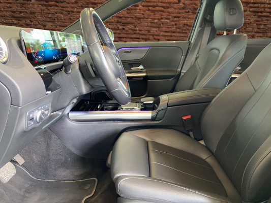 [all]12 Monate Garantie / Gratisservice 10 Jahre oder 100'000 Km ab 1.Inv. / zzgl. Ablieferungspauschale CHF 540.-[/all]


[all]

[/all]&nbsp; Airbag: Airbag Fahrer und BeifahrerAirbag: Seitenairbag f&uuml;r Fahrer und BeifahrerAirbag: Window-Kopfairbags f&uuml;r Fahrer, BeifahrerAmbientebeleuchtungAntiblockiersystem (ABS)Assist: Aktiver BremssassistentAssist: Aktiver Spurhalte-AssistentAssist: Elektronisches Stabilit&auml;ts-Programm (ESP&reg;)Assist: Geschwindigkeitslimit-AssistentAssist: R&uuml;ckfahrkameraAssist: Vorr&uuml;stung f&uuml;r OrtungsdienstAussenring mit Bel&uuml;ftungsd&uuml;sen in Chrom, Dekorelement in Hochglanzschwarz, InnenringDachreling in poliertem AluminiumDekor: Zierelemente SpiraloptikDoppelcupholderEASY-PACK-HeckklappeFahrzeugschl&uuml;ssel: 2 silberfarbenGleichstrom-Ladesystem (DC-Laden) mit 110 kWKlima: Klimatisierungsautomatik THERMOTRONICLackierung: Uni-Lackierung PolarweissLadekabel f&uuml;r Industriesteckdose, 5m, glattLadekabel f&uuml;r Wallbox und &ouml;ffentliche Ladestationen, 5m,glattLaden: Vorr&uuml;stung f&uuml;r IONITYLenkrad: Multifunktions-Sportlenkrad in LederLicht: Adaptiver Fernlicht-Assistent PlusLicht: LED High Performance-ScheinwerferMERCEDES-BENZ MOBILIT&Auml;TMERCEDES-SWISS-INTEGRALMedia: Digitales Radio (DAB)Media: MBUX Multimediasystem mit zwei 7,25-Zoll-MediadisplaysMedia: Vorr&uuml;stung f&uuml;r das Fahrzeug-SetupPaket: Komfort-PaketPaket: Laderaum-PaketPaket: Licht- und SichtpaketPolster: Polster Ledernachbildung ARTICO/Stoff schwarzR&auml;der: Leichtmetallr&auml;der 18'' im 5-Speichen-DesignR&auml;der: TIREFITServolenkungVorr&uuml;stung f&uuml;r Mercedes me ChargeWechselstromsystem (AC-Laden) Assist: VerkehrszeichenerkennungGet&ouml;nte W&auml;rmeschutzverglasungLackierung: Metallic-LackierungPaket: Fahrassistenz-PaketPaket: Premium-PaketMedia: Kabelloses Ladesystem f&uuml;r mobile Ger&auml;teMedia: MBUX Augmented Reality f&uuml;r NavigationMedia: Soundsystem AdvancedPaket: Advantage-PaketPaket: KEYLESS-GO-PaketSitze: Sitzheizung f&uuml;r Fahrer und Beifahrer