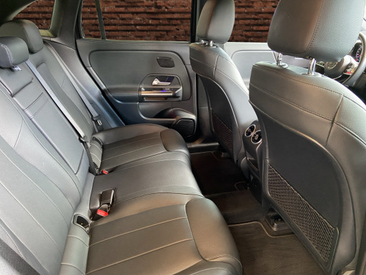 [all]12 Monate Garantie / Gratisservice 10 Jahre oder 100'000 Km ab 1.Inv. / zzgl. Ablieferungspauschale CHF 540.-[/all]


[all]

[/all]&nbsp; Airbag: Airbag Fahrer und BeifahrerAirbag: Seitenairbag f&uuml;r Fahrer und BeifahrerAirbag: Window-Kopfairbags f&uuml;r Fahrer, BeifahrerAmbientebeleuchtungAntiblockiersystem (ABS)Assist: Aktiver BremssassistentAssist: Aktiver Spurhalte-AssistentAssist: Elektronisches Stabilit&auml;ts-Programm (ESP&reg;)Assist: Geschwindigkeitslimit-AssistentAssist: R&uuml;ckfahrkameraAssist: Vorr&uuml;stung f&uuml;r OrtungsdienstAussenring mit Bel&uuml;ftungsd&uuml;sen in Chrom, Dekorelement in Hochglanzschwarz, InnenringDachreling in poliertem AluminiumDekor: Zierelemente SpiraloptikDoppelcupholderEASY-PACK-HeckklappeFahrzeugschl&uuml;ssel: 2 silberfarbenGleichstrom-Ladesystem (DC-Laden) mit 110 kWKlima: Klimatisierungsautomatik THERMOTRONICLackierung: Uni-Lackierung PolarweissLadekabel f&uuml;r Industriesteckdose, 5m, glattLadekabel f&uuml;r Wallbox und &ouml;ffentliche Ladestationen, 5m,glattLaden: Vorr&uuml;stung f&uuml;r IONITYLenkrad: Multifunktions-Sportlenkrad in LederLicht: Adaptiver Fernlicht-Assistent PlusLicht: LED High Performance-ScheinwerferMERCEDES-BENZ MOBILIT&Auml;TMERCEDES-SWISS-INTEGRALMedia: Digitales Radio (DAB)Media: MBUX Multimediasystem mit zwei 7,25-Zoll-MediadisplaysMedia: Vorr&uuml;stung f&uuml;r das Fahrzeug-SetupPaket: Komfort-PaketPaket: Laderaum-PaketPaket: Licht- und SichtpaketPolster: Polster Ledernachbildung ARTICO/Stoff schwarzR&auml;der: Leichtmetallr&auml;der 18'' im 5-Speichen-DesignR&auml;der: TIREFITServolenkungVorr&uuml;stung f&uuml;r Mercedes me ChargeWechselstromsystem (AC-Laden) Assist: VerkehrszeichenerkennungGet&ouml;nte W&auml;rmeschutzverglasungLackierung: Metallic-LackierungPaket: Fahrassistenz-PaketPaket: Premium-PaketMedia: Kabelloses Ladesystem f&uuml;r mobile Ger&auml;teMedia: MBUX Augmented Reality f&uuml;r NavigationMedia: Soundsystem AdvancedPaket: Advantage-PaketPaket: KEYLESS-GO-PaketSitze: Sitzheizung f&uuml;r Fahrer und Beifahrer