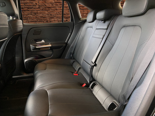 [all]12 Monate Garantie / Gratisservice 10 Jahre oder 100'000 Km ab 1.Inv. / zzgl. Ablieferungspauschale CHF 540.-[/all]


[all]

[/all]&nbsp; Airbag: Airbag Fahrer und BeifahrerAirbag: Seitenairbag f&uuml;r Fahrer und BeifahrerAirbag: Window-Kopfairbags f&uuml;r Fahrer, BeifahrerAmbientebeleuchtungAntiblockiersystem (ABS)Assist: Aktiver BremssassistentAssist: Aktiver Spurhalte-AssistentAssist: Elektronisches Stabilit&auml;ts-Programm (ESP&reg;)Assist: Geschwindigkeitslimit-AssistentAssist: R&uuml;ckfahrkameraAssist: Vorr&uuml;stung f&uuml;r OrtungsdienstAussenring mit Bel&uuml;ftungsd&uuml;sen in Chrom, Dekorelement in Hochglanzschwarz, InnenringDachreling in poliertem AluminiumDekor: Zierelemente SpiraloptikDoppelcupholderEASY-PACK-HeckklappeFahrzeugschl&uuml;ssel: 2 silberfarbenGleichstrom-Ladesystem (DC-Laden) mit 110 kWKlima: Klimatisierungsautomatik THERMOTRONICLackierung: Uni-Lackierung PolarweissLadekabel f&uuml;r Industriesteckdose, 5m, glattLadekabel f&uuml;r Wallbox und &ouml;ffentliche Ladestationen, 5m,glattLaden: Vorr&uuml;stung f&uuml;r IONITYLenkrad: Multifunktions-Sportlenkrad in LederLicht: Adaptiver Fernlicht-Assistent PlusLicht: LED High Performance-ScheinwerferMERCEDES-BENZ MOBILIT&Auml;TMERCEDES-SWISS-INTEGRALMedia: Digitales Radio (DAB)Media: MBUX Multimediasystem mit zwei 7,25-Zoll-MediadisplaysMedia: Vorr&uuml;stung f&uuml;r das Fahrzeug-SetupPaket: Komfort-PaketPaket: Laderaum-PaketPaket: Licht- und SichtpaketPolster: Polster Ledernachbildung ARTICO/Stoff schwarzR&auml;der: Leichtmetallr&auml;der 18'' im 5-Speichen-DesignR&auml;der: TIREFITServolenkungVorr&uuml;stung f&uuml;r Mercedes me ChargeWechselstromsystem (AC-Laden) Assist: VerkehrszeichenerkennungGet&ouml;nte W&auml;rmeschutzverglasungLackierung: Metallic-LackierungPaket: Fahrassistenz-PaketPaket: Premium-PaketMedia: Kabelloses Ladesystem f&uuml;r mobile Ger&auml;teMedia: MBUX Augmented Reality f&uuml;r NavigationMedia: Soundsystem AdvancedPaket: Advantage-PaketPaket: KEYLESS-GO-PaketSitze: Sitzheizung f&uuml;r Fahrer und Beifahrer