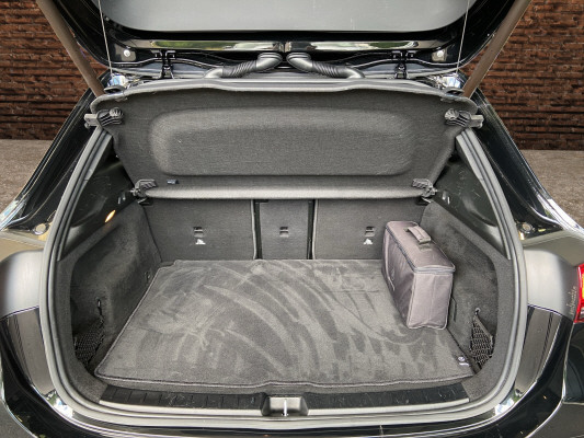 [all]12 Monate Garantie / Gratisservice 10 Jahre oder 100'000 Km ab 1.Inv. / zzgl. Ablieferungspauschale CHF 540.-[/all]


[all]

[/all]&nbsp; Airbag: Airbag Fahrer und BeifahrerAirbag: Seitenairbag f&uuml;r Fahrer und BeifahrerAirbag: Window-Kopfairbags f&uuml;r Fahrer, BeifahrerAmbientebeleuchtungAntiblockiersystem (ABS)Assist: Aktiver BremssassistentAssist: Aktiver Spurhalte-AssistentAssist: Elektronisches Stabilit&auml;ts-Programm (ESP&reg;)Assist: Geschwindigkeitslimit-AssistentAssist: R&uuml;ckfahrkameraAssist: Vorr&uuml;stung f&uuml;r OrtungsdienstAussenring mit Bel&uuml;ftungsd&uuml;sen in Chrom, Dekorelement in Hochglanzschwarz, InnenringDachreling in poliertem AluminiumDekor: Zierelemente SpiraloptikDoppelcupholderEASY-PACK-HeckklappeFahrzeugschl&uuml;ssel: 2 silberfarbenGleichstrom-Ladesystem (DC-Laden) mit 110 kWKlima: Klimatisierungsautomatik THERMOTRONICLackierung: Uni-Lackierung PolarweissLadekabel f&uuml;r Industriesteckdose, 5m, glattLadekabel f&uuml;r Wallbox und &ouml;ffentliche Ladestationen, 5m,glattLaden: Vorr&uuml;stung f&uuml;r IONITYLenkrad: Multifunktions-Sportlenkrad in LederLicht: Adaptiver Fernlicht-Assistent PlusLicht: LED High Performance-ScheinwerferMERCEDES-BENZ MOBILIT&Auml;TMERCEDES-SWISS-INTEGRALMedia: Digitales Radio (DAB)Media: MBUX Multimediasystem mit zwei 7,25-Zoll-MediadisplaysMedia: Vorr&uuml;stung f&uuml;r das Fahrzeug-SetupPaket: Komfort-PaketPaket: Laderaum-PaketPaket: Licht- und SichtpaketPolster: Polster Ledernachbildung ARTICO/Stoff schwarzR&auml;der: Leichtmetallr&auml;der 18'' im 5-Speichen-DesignR&auml;der: TIREFITServolenkungVorr&uuml;stung f&uuml;r Mercedes me ChargeWechselstromsystem (AC-Laden) Assist: VerkehrszeichenerkennungGet&ouml;nte W&auml;rmeschutzverglasungLackierung: Metallic-LackierungPaket: Fahrassistenz-PaketPaket: Premium-PaketMedia: Kabelloses Ladesystem f&uuml;r mobile Ger&auml;teMedia: MBUX Augmented Reality f&uuml;r NavigationMedia: Soundsystem AdvancedPaket: Advantage-PaketPaket: KEYLESS-GO-PaketSitze: Sitzheizung f&uuml;r Fahrer und Beifahrer