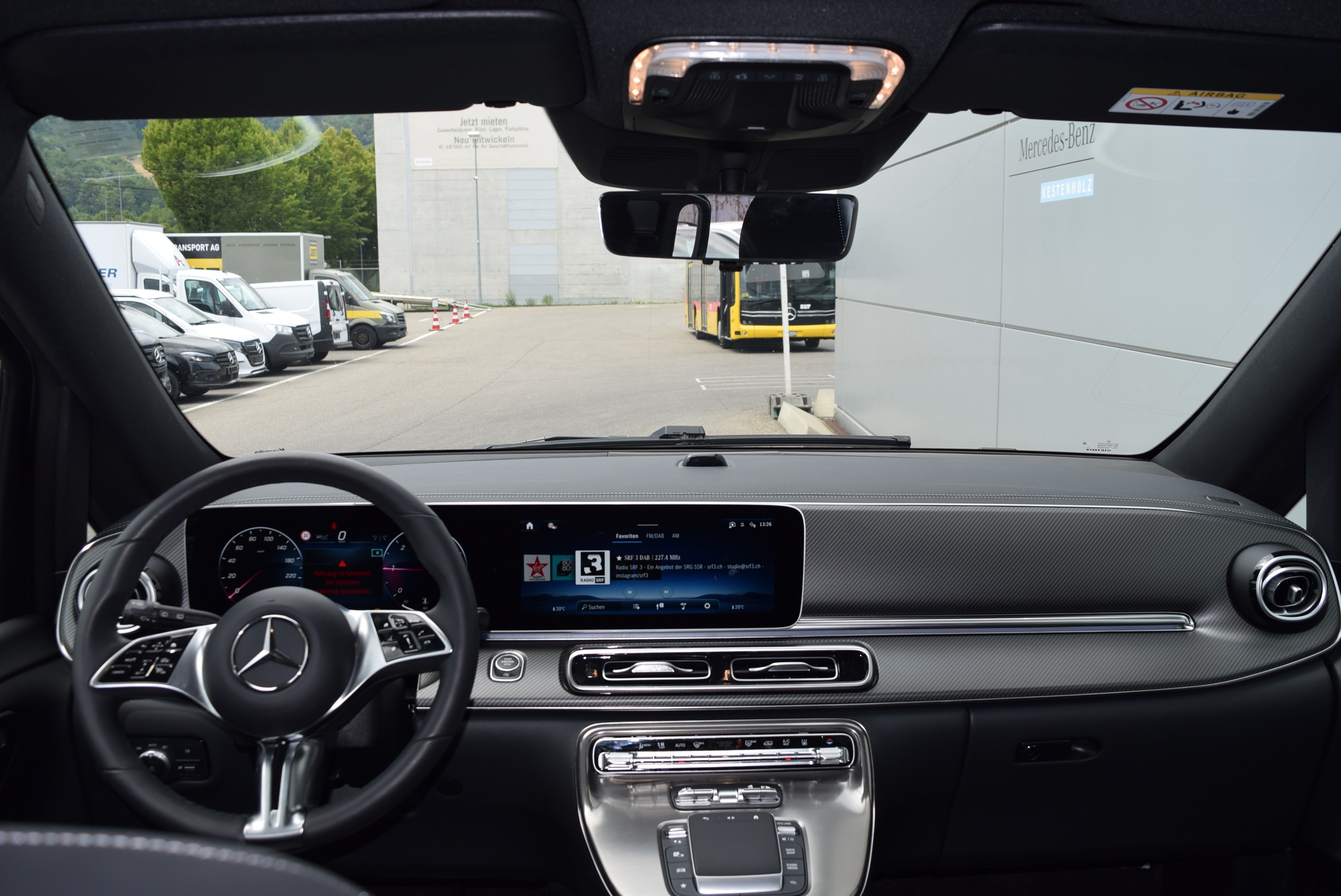AMG Abrisskante auf HeckklappeAMG FussmattenAMG LineAbschliessbares HandschuhfachAerodynamikpaketAirbag: Airbag BeifahrerAirbag: Airbag FahrerAirbag: Automatische Beifahrer-AirbagabschaltungAirbag: MittenairbagAirbag: Thorax-Pelvis-Sidebag BeifahrerAirbag: Thorax-Pelvis-Sidebag FahrerAirbag: Windowbags f&uuml;r Fahrer, Beifahrer und im FondAmbientebeleuchtung 64 Farben Cockpit + FondAnh&auml;ngelast 2500 kgAntiblockiersystem (ABS)Armlehnen aussen f&uuml;r Einzelsitze 2. FondsitzreiheArmlehnen f&uuml;r Bestuhlung im FahrgastraumAssist: ATTENTION ASSIST (Aufmerksamkeitsassistent)Assist: Aktiver BremssassistentAssist: BerganfahrhilfeAssist: Elektronisches Stabilit&auml;ts-Programm (ESP)Assist: HOLD-FunktionAssist: Live Traffic InformationAssist: Mercedes-Benz NotrufsystemAssist: PRE-SAFE SystemAssist: Totwinkel-AssistentAssist: Updates intelligenter Geschwindigkeits-AssistentAussenspiegel elektrisch verstellbar und beheizbares mit integriertes BlinkerBedienungsanleitung und Serviceinformation- duetschBeleuchtete Spiegel f&uuml;r SonnenblendenBeleuchtung f&uuml;r Fussraum vorneBeleuchtung im Haltegriff Fond mit LesespotBordkantenzierstab schwarzBremss&auml;ttel mit Mercedes-Benz SchriftzugCupholder aufsteckbar in Armlehnen hintenDachrelingDachverkleidungDekor: EXCLUSIVE ZierelementeDekor: Innenhimmel schwarzDekor: Instrumententafel in Lederoptik mit ZiernahtDigitaler InnenspiegelECO Start-Stopp-FunktionENERGIZING COMFORTEXCLUSIVEEl. Gurtstraffer FondElektrik f&uuml;r Anh&auml;ngersteckdoseElektrische Fensterheber vorneFahrerkameraFahrwerk: AGILITY CONTROL FahrwerkFahrwerk:Allradantrieb permanent, 4MATICFehlbetankungsschutzFenster fest hintenFenster vorn links, fest in Seitenwand/Schiebet&uuml;rFenster vorn rechts, fest in Seitenwand/Schiebet&uuml;rFeststellbremse elektrischGarantie: 3 Jahre oder 100 000 kmGenerator 14 V / 250 AGetriebe: 9G-TRONIC AutomatGewichtsvariante 3.200 kgGurtwarneinrichtung f&uuml;r FondbestuhlungHaltegriff f&uuml;r EinstiegHaltegriff im FondHeckscheibe separat zu &ouml;ffnenKindererkennung im Fahrzeug passivKlima: 2-Zonen Klimatisierungsautomatik THERMOTRONICKlima:Klimaanlage halbautom. geregelt, TEMPMATIC im FondKomfort-DachbedieneinheitKomfortschliessungKraftstofftank 70 LiterK&uuml;hlerverkleidung mit LED-LichtbandLackierung: Metallic-Lackierung hightechsilberLenkrad: LederlenkradLenkrad: Lenkrad in Neigung und H&ouml;he verstellbarLenkrad: MultifunktionslenkradLicht: Adaptives BremslichtLicht: FahrlichtassistentLicht: MULTIBEAM LED mit Fernlichtassistent PLUSLicht: Schluss-, Brems- und Blinklicht in LED-TechnikLicht: Umfeldbeleuchtung HeckklappeLicht: Umfeldbeleuchtung in den AussenspiegelnMedia: Burmester Surround SoundsystemMedia: Digitales Radio (DAB)Media: Kabelloses Ladesystem f&uuml;r mobile Endger&auml;teMedia: Kommunikationsmodul (LTE) f&uuml;r digitale DiensteMedia: MBUX Augmented Reality f&uuml;r NavigationMedia: MBUX Multimediasystem HighMedia: NavigationMedia: Smartphone-IntergrationMedia: TouchpadMittelkonsole mit RolloModellpflegeNachtbeleuchtung FondPaket: EASY PACK PaketEASY-PACK-HeckklappeT&uuml;ren:Elektrische Bet&auml;tigung f&uuml;r Schiebet&uuml;r linksT&uuml;ren:Elektrische Bet&auml;tigung f&uuml;r Schiebet&uuml;r rechtsPaket: Exclusive Design-Paket InterieurPaket: Fahrassistenz-PaketAssist: Aktive Abstands-Assistent DISTRONICAssist: Aktiver Spurhalte-AssistentAssist: Verkehrszeichen-AssistentPaket: Night-PaketAMG Frontstossf&auml;nger mit Zierelementen in SchwarzAussenspiegel in schwarzColorverglasung im Fond, SchwarzglasDach in SchwarzPaket: Park-Paket mit 360&deg; -KameraAssist: 360&deg;-KameraAssist: Park Distance Control PARKTRONICAssist: Park-AssistentPaket: Spiegel-PaketAussenspiegel, automatisch heranklappbarInnenspiegel automatisch abblendbarLicht: Projektion MarkenlogoPaket: WinterpaketLenkrad: LenkradheizungSitze: Beifahrersitz heizbarSitze: Fahrersitz heizbarWet Wiper Wischbl&auml;tter beheiztPannenmanagmentPolster: Polsterung Leder NappaRemote Services PlusR&auml;der: AMG Leichtmetallr&auml;der 8 J x 19 schwarzR&auml;der: Bereifung 245/45 R19R&auml;der: KomfortbereifungR&auml;der: Reifendruck&uuml;berwachung an VA u. HA, drahtlosR&auml;der: SommerreifenSaugl&uuml;fter elektrisch Leistungsstufe 5Schriftzug Einstieg Mercedes-Benz beleuchtetSchweller ExterieurServolenkungSitze: Aktive Sitzbel&uuml;ftung f&uuml;r BeifahrerSitze: Aktive Sitzbel&uuml;ftung f&uuml;r FahrerSitze: Beifahrersitz elektrisch verstellbarSitze: Einzelsitz 1. Reihe linksSitze: Einzelsitz 1. Reihe rechtsSitze: Einzelsitz 2. Reihe linksSitze: Einzelsitz 2. Reihe rechtsSitze: Fahrersitz elektrisch verstellbarSitze: Lordosenst&uuml;tze BeifahrersitzSitze: Lordosenst&uuml;tze FahrersitzSitze: Sitzkissentiefenverstellung BeifahrerSitze: Sitzkissentiefenverstellung FahrerSitze: Sitzschienensystem mit SchnellverriegelungSportpedaleStaunetze an R&uuml;ckenlehnen der Einzelsitze im FondSteckdose 12 V Kofferraum / LaderaumSteckdosen 12 V f&uuml;r die Sitzreihen im Fond rechts und linksStossf&auml;nger und Anbauteile in Wagenfarbe lackiertTeppichboden im Fahrzeuginnenraum vorneTeppichboden im FondTisch und beleuchtete Zierelemente an R&uuml;ckenlehneTraktionskontrolleT&uuml;ren: Aktiver Feststeller Schiebet&uuml;rT&uuml;ren: Kindersicherung an T&uuml;ren im FahrgastraumT&uuml;ren: Schiebet&uuml;re linksVliesbatterie 12 V 92 AhWarmluftkanal zum FahrgastraumWarmwasser-ZusatzheizungWarndreieckWartungsintervall 40.000 kmWegfahrsperre elektronischWidescreen CockpitW&auml;rmed&auml;mmendes Glas rundumZentralverriegelung mit FernbedienungZuheizer elektrischZurr&ouml;sen f&uuml;r Sitzschienen herausnehmbar Anh&auml;ngerkupplung Kugelkopf abnehmbarVerbandstasche