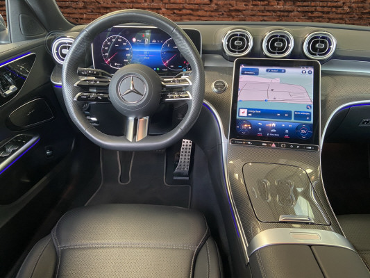 [all]12 Monate Garantie / Gratisservice 10 Jahre oder 100'000 Km ab 1.Inv. / zzgl. Ablieferungspauschale CHF 540.-[/all]


[all]
AMG Line Exteterieur
[/all]&nbsp; Airbag: Airbag Fahrer und BeifahrerAirbag: MittenairbagAirbag: Seitenairbag f&uuml;r Fahrer und BeifahrerAirbag: Window-KopfairbagsAntiblockiersystem (ABS)Assist: Aktiver Brems-AssistentAssist: Aktiver Spurhalte-AssistentAssist: Mercedes-Benz NotrufsystemBordcomputerDekor: Dachhimmel in Stoff kristallgrauDekor: Mittelkonsole in Schwarz hochgl&auml;nzendDekor: Zierelemente in Wellenoptik silberDieselpartikelfilterDrehzahlmesserElektrische Fensterheber vorneElektronische TraktionskontrolleElektronisches Stabilit&auml;ts-Programm (ESP)Getriebe: 9G-TRONIC AutomatikHeckscheibenheizungHeckscheibenwischerLackierung: Uni-Lackierung PolarweissLicht: Drittes BremslichtLicht: LED High Performance-ScheinwerferMERCEDES-BENZ MOBILIT&Auml;TMERCEDES-SWISS-INTEGRALMedia: Digitales Radio (DAB)Paket: AVANTGARDE AdvancedPolster: Ledernachbildung ARTICO/Stoff Tomasi schwarzR&auml;der: 17'' Leichtmetallr&auml;der im 10-Doppelspeichen-DesignR&auml;der: ReifendruckkontrolleServolenkungSicherheitsgurte 3-PunktWegfahrsperre elektronischZentralverriegelung mit Fernbedienung Airbag: Seitenairbags hintenAnh&auml;ngerkupplung mit ESP Anh&auml;ngerstabilisierungAssist: Verkehrszeichen-AssistentDekor: Innenhimmel Stoff schwarzDekor: Mittelkonsole MetallstrukturLackierung: Metallic-LackierungPaket: AMG Line PremiumLicht: DIGITAL LIGHTMedia: MBUX Augmented Reality f&uuml;r NavigationPaket: AMG Line Advanced PlusPaket: KEYLESS GO Komfort-PaketPaket: ENERGIZING Paket PlusPaket: AIR-BALANCE PaketSitze: Multikontursitze vornePaket: Fahrassistenz-Paket PlusAssist: Aktiver Abstands-Assistent DISTRONICAssist: PRE-SAFE Impuls SeiteAssist: Verkehrszeichen-AssistentPaket: Night-PaketAMG Frontsch&uuml;rze mit Zierelement (Wing) in Schwarz hochgl&auml;nzendDachreling schwarzHeckstossf&auml;nger mit Zierelement (Wing) in Schwarz hochgl&auml;nzendK&uuml;hlerverkleidung mit Mercedes-Benz Logo und Lamelle in Schwarz hochgl&auml;nzendW&auml;rmed&auml;mmendes Glas, ab B-S&auml;ule dunkel get&ouml;ntPaket: Park-Paket mit 360 -KameraAssist: 360-KameraAssist: Aktiver Parkassistent inkl. PARKTRONICPaket: Sonnenschutz-PaketSitze: Sitzklimatisierung vorne