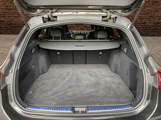 [all]12 Monate Garantie / Gratisservice 10 Jahre oder 100'000 Km ab 1.Inv. / zzgl. Ablieferungspauschale CHF 540.-[/all]


[all]
AMG Line Exteterieur
[/all]&nbsp; Airbag: Airbag Fahrer und BeifahrerAirbag: MittenairbagAirbag: Seitenairbag f&uuml;r Fahrer und BeifahrerAirbag: Window-KopfairbagsAntiblockiersystem (ABS)Assist: Aktiver Brems-AssistentAssist: Aktiver Spurhalte-AssistentAssist: Mercedes-Benz NotrufsystemBordcomputerDekor: Dachhimmel in Stoff kristallgrauDekor: Mittelkonsole in Schwarz hochgl&auml;nzendDekor: Zierelemente in Wellenoptik silberDieselpartikelfilterDrehzahlmesserElektrische Fensterheber vorneElektronische TraktionskontrolleElektronisches Stabilit&auml;ts-Programm (ESP)Getriebe: 9G-TRONIC AutomatikHeckscheibenheizungHeckscheibenwischerLackierung: Uni-Lackierung PolarweissLicht: Drittes BremslichtLicht: LED High Performance-ScheinwerferMERCEDES-BENZ MOBILIT&Auml;TMERCEDES-SWISS-INTEGRALMedia: Digitales Radio (DAB)Paket: AVANTGARDE AdvancedPolster: Ledernachbildung ARTICO/Stoff Tomasi schwarzR&auml;der: 17'' Leichtmetallr&auml;der im 10-Doppelspeichen-DesignR&auml;der: ReifendruckkontrolleServolenkungSicherheitsgurte 3-PunktWegfahrsperre elektronischZentralverriegelung mit Fernbedienung Airbag: Seitenairbags hintenAnh&auml;ngerkupplung mit ESP Anh&auml;ngerstabilisierungAssist: Verkehrszeichen-AssistentDekor: Innenhimmel Stoff schwarzDekor: Mittelkonsole MetallstrukturLackierung: Metallic-LackierungPaket: AMG Line PremiumLicht: DIGITAL LIGHTMedia: MBUX Augmented Reality f&uuml;r NavigationPaket: AMG Line Advanced PlusPaket: KEYLESS GO Komfort-PaketPaket: ENERGIZING Paket PlusPaket: AIR-BALANCE PaketSitze: Multikontursitze vornePaket: Fahrassistenz-Paket PlusAssist: Aktiver Abstands-Assistent DISTRONICAssist: PRE-SAFE Impuls SeiteAssist: Verkehrszeichen-AssistentPaket: Night-PaketAMG Frontsch&uuml;rze mit Zierelement (Wing) in Schwarz hochgl&auml;nzendDachreling schwarzHeckstossf&auml;nger mit Zierelement (Wing) in Schwarz hochgl&auml;nzendK&uuml;hlerverkleidung mit Mercedes-Benz Logo und Lamelle in Schwarz hochgl&auml;nzendW&auml;rmed&auml;mmendes Glas, ab B-S&auml;ule dunkel get&ouml;ntPaket: Park-Paket mit 360 -KameraAssist: 360-KameraAssist: Aktiver Parkassistent inkl. PARKTRONICPaket: Sonnenschutz-PaketSitze: Sitzklimatisierung vorne