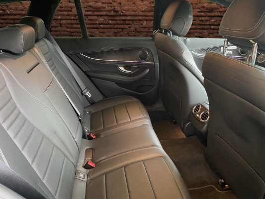 [all]12 Monate Garantie / Gratisservice 10 Jahre oder 100'000 Km ab 1.Inv. / zzgl. Ablieferungspauschale CHF 540.-[/all]


[all]
50.8 cm (20) AMG-Leichtmetallr&auml;der im Vielspeicher,Sportstyle AMG Line Package,KEYLESS-GO Komfort Paket,Leder Nappa Schwarz,Korrektur
[/all]&nbsp; 2-Lamellen-K&uuml;hlergrill in SilberchromAbgasanlage mit 2 Endrohren in Silberchrom (nicht funktional)AdBlue-Beh&auml;lter mit 23,5 Liter Fassungsverm&ouml;genAirbag: Airbags, Thorax-Pelvis-Airbags in den Sitzen und Windowbags f&uuml;r Fahrer und BeifahrerAirbag: Kneebag f&uuml;r FahrerAirbag: Knie-Airbag f&uuml;r FahrerAntiblockiersystem (ABS)Armauflage der Mittelkonsole mit Ziern&auml;htenAssist: Aktiver BremssassistentAssist: Elektronisches Stabilit&auml;ts-Programm (ESP)Assist: Mercedes-Benz NotrufsystemAssist: PRE-SAFE SicherheitssystemAssist: R&uuml;ckfahrkameraAssist: VerkehrszeichenerkennungBlenden an der B-S&auml;ule und Fondfenstereinfassung in HochglanzschwarzBordkantenzierstab und Fenstereinfassung in Aluminium poliertBrillenfach in der DachbedieneinheitDachreling in poliertem AluminiumDekor: Innenhimmel Stoff nevagrauDekor: Mittelkonsole Klavierlackoptik schwarzDekor: Zierelemente SilberoptikDekor:Armaturenbrett-Oberteil mit weicher, genarbter Oberfl&auml;cheDekor:Bordkanten und T&uuml;rmittelfelder mit weicher Oberfl&auml;cheDekor:Standard-Fahrer- und -BeifahrersitzDieselpartikelfilterElektrische EASY-PACK Heckklappe mit elektromechanisch gesteuertem &Ouml;ffnen und SchliessenFahrwerk: DYNAMIC SELECT mit folgender Fahrprogramm-Auswahl: Comfort, Eco, Sport, Sport+,Fahrwerk:AGILITY CONTROL-Fahrwerk mit selektivemFrontstossf&auml;nger mit Zierleisten und Separatoren in Silberchrom, K&uuml;hllufteinl&auml;sse in HochglanzschwarGarantie: MERCEDES-SWISS-INTEGRAL PaketGetriebe: 9G-TRONIC AutomatikHeckstossf&auml;nger mit Zierleisten in SilberchromKEYLESS GO Start FunktionKlima: Klimatisierungsautomatik THERMATICKraftstofftank 66 LiterLackierung: Uni-Lackierung PolarweissLicht: Adaptiver Fernlicht-AssistentLicht:LED High Performance-ScheinwerferMarkante Powerdomes auf der MotorhaubeMedia: 10-Zoll-Media-DisplayMedia: Digitaler Radioempfang (DAB/DAB+)Media: Erweiterte Features MBUXMedia: Kabelloses Ladesystem f&uuml;r mobile Ger&auml;teMedia: Kommunikationsmodul (LTE) zur Nutzung von Mercedes me connect DienstenMedia: Konnektivit&auml;ts-Paket NavigationMedia: MBUX Multimediasystem, volldigitales Cockpit mit zwei 10,25-Zoll-FarbdisplaysMedia: Touchpad in der MittelkonsoleMedia:Zwei USB-Anschl&uuml;sse im FondMercedes Stern im K&uuml;hlergrillMercedes-Benz Lorbeerkranz-Plakette auf der MotorhaubePaket: Ablage-PaketPaket: Advantage-PaketPaket: Sitzkomfort-Paket mit elektrischen und manuellen Einstellm&ouml;glichkeiten f&uuml;r eine ergonomischePolsterung: Poslterung Stoff MarseilleReifendruckkontrolleRemote Services Plus mit Fahrzeugkonfiguration und -&uuml;berwachung &uuml;ber die Mercedes me connectR&auml;der: Leichtmetallr&auml;der im 5-Doppelspeichen-Design 17JSeitenschwellerverkleidung in Wagen-Servolenkung geschwindigkeitsabh&auml;ngigSitze: Fondsitzlehnenklappung [40/20/40]Sitze: R&uuml;cksitzlehne geteilt abklappbarSitze: i-Size KindersitzbefestigungTIREFIT mit Reifenf&uuml;llkompressorVeloursfussmattenVorr&uuml;stung f&uuml;r Carsharing-Dienste