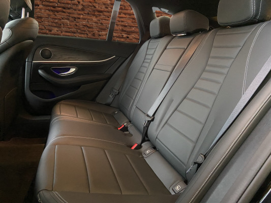 [all]12 Monate Garantie / Gratisservice 10 Jahre oder 100'000 Km ab 1.Inv. / zzgl. Ablieferungspauschale CHF 540.-[/all]


[all]
50.8 cm (20) AMG-Leichtmetallr&auml;der im Vielspeicher,Sportstyle AMG Line Package,KEYLESS-GO Komfort Paket,Leder Nappa Schwarz,Korrektur
[/all]&nbsp; 2-Lamellen-K&uuml;hlergrill in SilberchromAbgasanlage mit 2 Endrohren in Silberchrom (nicht funktional)AdBlue-Beh&auml;lter mit 23,5 Liter Fassungsverm&ouml;genAirbag: Airbags, Thorax-Pelvis-Airbags in den Sitzen und Windowbags f&uuml;r Fahrer und BeifahrerAirbag: Kneebag f&uuml;r FahrerAirbag: Knie-Airbag f&uuml;r FahrerAntiblockiersystem (ABS)Armauflage der Mittelkonsole mit Ziern&auml;htenAssist: Aktiver BremssassistentAssist: Elektronisches Stabilit&auml;ts-Programm (ESP)Assist: Mercedes-Benz NotrufsystemAssist: PRE-SAFE SicherheitssystemAssist: R&uuml;ckfahrkameraAssist: VerkehrszeichenerkennungBlenden an der B-S&auml;ule und Fondfenstereinfassung in HochglanzschwarzBordkantenzierstab und Fenstereinfassung in Aluminium poliertBrillenfach in der DachbedieneinheitDachreling in poliertem AluminiumDekor: Innenhimmel Stoff nevagrauDekor: Mittelkonsole Klavierlackoptik schwarzDekor: Zierelemente SilberoptikDekor:Armaturenbrett-Oberteil mit weicher, genarbter Oberfl&auml;cheDekor:Bordkanten und T&uuml;rmittelfelder mit weicher Oberfl&auml;cheDekor:Standard-Fahrer- und -BeifahrersitzDieselpartikelfilterElektrische EASY-PACK Heckklappe mit elektromechanisch gesteuertem &Ouml;ffnen und SchliessenFahrwerk: DYNAMIC SELECT mit folgender Fahrprogramm-Auswahl: Comfort, Eco, Sport, Sport+,Fahrwerk:AGILITY CONTROL-Fahrwerk mit selektivemFrontstossf&auml;nger mit Zierleisten und Separatoren in Silberchrom, K&uuml;hllufteinl&auml;sse in HochglanzschwarGarantie: MERCEDES-SWISS-INTEGRAL PaketGetriebe: 9G-TRONIC AutomatikHeckstossf&auml;nger mit Zierleisten in SilberchromKEYLESS GO Start FunktionKlima: Klimatisierungsautomatik THERMATICKraftstofftank 66 LiterLackierung: Uni-Lackierung PolarweissLicht: Adaptiver Fernlicht-AssistentLicht:LED High Performance-ScheinwerferMarkante Powerdomes auf der MotorhaubeMedia: 10-Zoll-Media-DisplayMedia: Digitaler Radioempfang (DAB/DAB+)Media: Erweiterte Features MBUXMedia: Kabelloses Ladesystem f&uuml;r mobile Ger&auml;teMedia: Kommunikationsmodul (LTE) zur Nutzung von Mercedes me connect DienstenMedia: Konnektivit&auml;ts-Paket NavigationMedia: MBUX Multimediasystem, volldigitales Cockpit mit zwei 10,25-Zoll-FarbdisplaysMedia: Touchpad in der MittelkonsoleMedia:Zwei USB-Anschl&uuml;sse im FondMercedes Stern im K&uuml;hlergrillMercedes-Benz Lorbeerkranz-Plakette auf der MotorhaubePaket: Ablage-PaketPaket: Advantage-PaketPaket: Sitzkomfort-Paket mit elektrischen und manuellen Einstellm&ouml;glichkeiten f&uuml;r eine ergonomischePolsterung: Poslterung Stoff MarseilleReifendruckkontrolleRemote Services Plus mit Fahrzeugkonfiguration und -&uuml;berwachung &uuml;ber die Mercedes me connectR&auml;der: Leichtmetallr&auml;der im 5-Doppelspeichen-Design 17JSeitenschwellerverkleidung in Wagen-Servolenkung geschwindigkeitsabh&auml;ngigSitze: Fondsitzlehnenklappung [40/20/40]Sitze: R&uuml;cksitzlehne geteilt abklappbarSitze: i-Size KindersitzbefestigungTIREFIT mit Reifenf&uuml;llkompressorVeloursfussmattenVorr&uuml;stung f&uuml;r Carsharing-Dienste