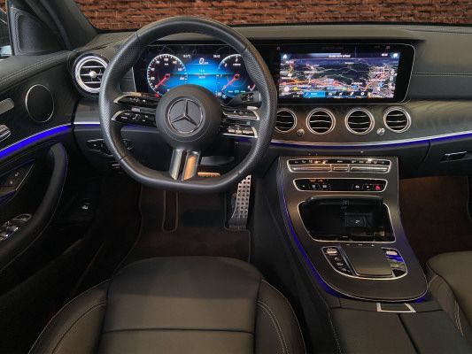 [all]12 Monate Garantie / Gratisservice 10 Jahre oder 100'000 Km ab 1.Inv. / zzgl. Ablieferungspauschale CHF 540.-[/all]


[all]
50.8 cm (20) AMG-Leichtmetallr&auml;der im Vielspeicher,Sportstyle AMG Line Package,KEYLESS-GO Komfort Paket,Leder Nappa Schwarz,Korrektur
[/all]&nbsp; 2-Lamellen-K&uuml;hlergrill in SilberchromAbgasanlage mit 2 Endrohren in Silberchrom (nicht funktional)AdBlue-Beh&auml;lter mit 23,5 Liter Fassungsverm&ouml;genAirbag: Airbags, Thorax-Pelvis-Airbags in den Sitzen und Windowbags f&uuml;r Fahrer und BeifahrerAirbag: Kneebag f&uuml;r FahrerAirbag: Knie-Airbag f&uuml;r FahrerAntiblockiersystem (ABS)Armauflage der Mittelkonsole mit Ziern&auml;htenAssist: Aktiver BremssassistentAssist: Elektronisches Stabilit&auml;ts-Programm (ESP)Assist: Mercedes-Benz NotrufsystemAssist: PRE-SAFE SicherheitssystemAssist: R&uuml;ckfahrkameraAssist: VerkehrszeichenerkennungBlenden an der B-S&auml;ule und Fondfenstereinfassung in HochglanzschwarzBordkantenzierstab und Fenstereinfassung in Aluminium poliertBrillenfach in der DachbedieneinheitDachreling in poliertem AluminiumDekor: Innenhimmel Stoff nevagrauDekor: Mittelkonsole Klavierlackoptik schwarzDekor: Zierelemente SilberoptikDekor:Armaturenbrett-Oberteil mit weicher, genarbter Oberfl&auml;cheDekor:Bordkanten und T&uuml;rmittelfelder mit weicher Oberfl&auml;cheDekor:Standard-Fahrer- und -BeifahrersitzDieselpartikelfilterElektrische EASY-PACK Heckklappe mit elektromechanisch gesteuertem &Ouml;ffnen und SchliessenFahrwerk: DYNAMIC SELECT mit folgender Fahrprogramm-Auswahl: Comfort, Eco, Sport, Sport+,Fahrwerk:AGILITY CONTROL-Fahrwerk mit selektivemFrontstossf&auml;nger mit Zierleisten und Separatoren in Silberchrom, K&uuml;hllufteinl&auml;sse in HochglanzschwarGarantie: MERCEDES-SWISS-INTEGRAL PaketGetriebe: 9G-TRONIC AutomatikHeckstossf&auml;nger mit Zierleisten in SilberchromKEYLESS GO Start FunktionKlima: Klimatisierungsautomatik THERMATICKraftstofftank 66 LiterLackierung: Uni-Lackierung PolarweissLicht: Adaptiver Fernlicht-AssistentLicht:LED High Performance-ScheinwerferMarkante Powerdomes auf der MotorhaubeMedia: 10-Zoll-Media-DisplayMedia: Digitaler Radioempfang (DAB/DAB+)Media: Erweiterte Features MBUXMedia: Kabelloses Ladesystem f&uuml;r mobile Ger&auml;teMedia: Kommunikationsmodul (LTE) zur Nutzung von Mercedes me connect DienstenMedia: Konnektivit&auml;ts-Paket NavigationMedia: MBUX Multimediasystem, volldigitales Cockpit mit zwei 10,25-Zoll-FarbdisplaysMedia: Touchpad in der MittelkonsoleMedia:Zwei USB-Anschl&uuml;sse im FondMercedes Stern im K&uuml;hlergrillMercedes-Benz Lorbeerkranz-Plakette auf der MotorhaubePaket: Ablage-PaketPaket: Advantage-PaketPaket: Sitzkomfort-Paket mit elektrischen und manuellen Einstellm&ouml;glichkeiten f&uuml;r eine ergonomischePolsterung: Poslterung Stoff MarseilleReifendruckkontrolleRemote Services Plus mit Fahrzeugkonfiguration und -&uuml;berwachung &uuml;ber die Mercedes me connectR&auml;der: Leichtmetallr&auml;der im 5-Doppelspeichen-Design 17JSeitenschwellerverkleidung in Wagen-Servolenkung geschwindigkeitsabh&auml;ngigSitze: Fondsitzlehnenklappung [40/20/40]Sitze: R&uuml;cksitzlehne geteilt abklappbarSitze: i-Size KindersitzbefestigungTIREFIT mit Reifenf&uuml;llkompressorVeloursfussmattenVorr&uuml;stung f&uuml;r Carsharing-Dienste