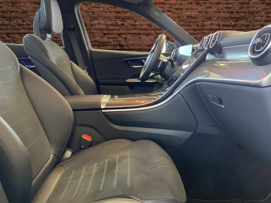 [all]12 Monate Garantie / Gratisservice 10 Jahre oder 100'000 Km ab 1.Inv. / zzgl. Ablieferungspauschale CHF 540.-[/all]


[all]

[/all]&nbsp; Airbag: Airbag Fahrer und BeifahrerAntiblockiersystem (ABS)Dekor: Innenhimmel Stoff kristallgrauDekor: Mittelkonsole in HochglanzschwarzDieselpartikelfilterGarantie: MERCEDES-BENZ MOBILIT&Auml;TGarantie: MERCEDES-SWISS-INTEGRALK&uuml;hlergrill mit integriertem Mercedes Stern inkl. Chromlamelle und K&uuml;hlerrahmenLackierung: Uni-LackierungServolenkung Anh&auml;ngevorrichtung mit ESP Anh&auml;ngerstabilisierungBremsanlage mit gr&ouml;sseren Bremsscheiben an der VorderachseDekor: Mittelkonsole MetallstrukturDekor: Zierelemente MetallstrukturEntfall Typenbezeichnung auf HeckdeckelLackierung: Metallic-LackierungMedia: Burmester Surround SoundsystemMedia: MBUX Augmented Reality f&uuml;r NavigationMedia: SoundpersonalisierungPaket: AMG Line Premium PlusAkustikglasKEYLESS-GOKlima: Klimatisierungsautomatik THERMOTRONICPanorama-SchiebedachSitze: Fahrersitz elektrisch einstellbar mit Memory-FunktionPaket: Fahrassistenz-Paket PlusAssist: Aktive Abstands-Assistent DISTRONICAssist: PRE-SAFE Impuls SeiteAssist: PRE-SAFE SicherheitssystemDekor: Chrom-Paket InterieurPaket: Night-PaketAMG Frontsch&uuml;rzeAussenspiegel in HochglanzschwarzBordkantenzierstab schwarzPaket: Offroad-Technik-PaketFahrwerk: KomfortfahrwerkUnterfahrschutzPaket: Technik-PaketFahrwerk: AIRMATICFahrwerk: HinterachssteuerungPaket: WinterpaketLenkrad: LenkradheizungScheibenwaschanlage beheizbarSitze: Sitzheizung f&uuml;r Fahrer und BeifahrerPolster: ARTICO schwarzR&auml;der: AMG Leichtmetallr&auml;der 50,8 cm (20") im Multispeichen-DesignR&auml;der: SommerreifenSitze: Sitzheizung im FondStandheizungTrittbretter in Aluminiumoptik mit Gumminoppen