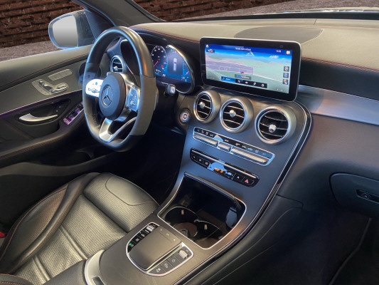 [all]12 Monate Garantie / Gratisservice 10 Jahre oder 100'000 Km ab 1.Inv. / zzgl. Ablieferungspauschale CHF 540.-[/all]


[all]

[/all]&nbsp; AMG Front- und Hecksch&uuml;rzeAMG VeloursfussmattenAirbag: Airbag Fahrer und BeifahrerAirbag: Knie-Airbag f&uuml;r FahrerAirbag: Seiten- und Beckenairbag (Pelvisbag)Airbag: Window-Kopfairbags f&uuml;r Fahrer, BeifahrerAntiblockiersystem (ABS)Armlehne f&uuml;r Fahrer- und BeifahrersitzAssist: COLLISION PREVENTION ASSISTAssist: Feststellbremse mit HOLD-Funktion und BerganfahrhilfeAssist: Tempomat mit GeschwindigkeitsbegrenzerAussenspiegel links elektrischAussentemperaturanzeigeDYNAMIC SELECTDachreling in ChromDiamantgrill mit verchromten Pins und LamelleElektrische Fensterheber vorne + hintenElektronisches Stabilit&auml;ts-Programm (ESP)Erste-Hilfe-Kasten und WarndreieckFenstereinfassung in poliertem AluminiumGarantie: MERCEDES-SWISS-INTEGRAL plus -HandschuhfachInnenraumbeleuchtungKEYLESS GO Start FunktionKlima: Klimatisierungsautomatik THERMATICLackierung: Uni-Lackierung PolarweissLaderaumabdeckungLenkrad: Multifunktions-Sportlenkrad in Leder NappaLicht: LED High Performance-ScheinwerferLicht:Adaptives BremslichtMedia: Digitales Radio (DAB)Polster: Ledernachbildung ARTICO/Mikrofaser DINAMICAR&auml;der: AMG Leichtmetallr&auml;der 19" im 5-Speichen-DesignServolenkung geschwindigkeitsabh&auml;ngigSitze:Vordersitze mit elektrischer H&ouml;hen-,Zentralverriegelung mit Fernbedienung und automatischer T&uuml;rverriegelung Anh&auml;ngevorrichtung und ESP mit AntriebsschlupfregelungAssist: Aktive Abstands-Assistent DISTRONICAssist: Anh&auml;ngerrangier-AssistentBremsanlage mit gr&ouml;sseren Bremsscheiben an der VorderachseDachhimmel schwarzDekor: Instrumententafel und Bordkanten der T&uuml;ren in Ledernachbildung ARTICOFahrwerk: AIR BODY CONTROL LuftfederungGer&auml;uschd&auml;mmendes get&ouml;ntes AkustikglasKEYLESS-GOLackierung: Metallic-LackierungMedia: Head-Up DisplayPaket: Park-Paket mit 360 -KameraAssist: 360-KameraAssist: Aktiver Parkassistent inkl. PARKTRONICPaket: Premium-Plus-PaketAssist: VerkehrszeichenerkennungLicht: Ambientebeleuchtung Multi-ColourLicht: MULTIBEAM LED ScheinwerferPanorama Schiebe-/Hebedach elektrischPaket: Spiegel-PaketEinstiegs- und Ausstiegsbeleuchtung in den AussenspiegelnInnen- und Aussenspiegel automatisch abblendbar,Aussenspiegel links und rechts elektrisch anklappbarPaket: Sport-Paket BlackAussenspiegel in HochglanzschwarzR&auml;der: AMG Leichtmetallr&auml;der im 5-Doppelspeichen-Design 19JUnterfahrschutz in Schwarz gl&auml;nzendW&auml;rmed&auml;mmendes Glas, ab B-S&auml;ule dunkel get&ouml;ntPolster: Polster LederR&auml;der: AMG Leichtmetallr&auml;der im Vielspeichen-Design 20J mit Sport-Paket BlackScheibenwaschanlage beheizbarSitze: Beifahrersitz elektrisch verstellbar mit Memory-FunktionSitze: Fahrersitz elektrisch einstellbar mit Memory-FunktionSitze:Sitzklimatisierung f&uuml;r Vordersitze in Verb. mit ENERGIZING PaketTrennnetz f&uuml;r Gep&auml;ckraumabtrennung und InsassenschutzWegfall Typkennzeichen auf Gep&auml;ckraumklappe