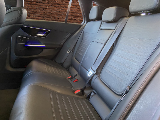 [all]12 Monate Garantie / Gratisservice 10 Jahre oder 100'000 Km ab 1.Inv. / zzgl. Ablieferungspauschale CHF 540.-[/all]


[all]

[/all]&nbsp; AMG Hintere Stossstange mit Diffusoroptik und schwarzen EinlagenAMG LineAMG Seitenverkleidungen in FahrzeugfarbeAMG Vordere Stossstange mit sportlichen Lufteinl&auml;ssen und ChromelementenAirbag: Airbag Fahrer und BeifahrerAirbag: Seitenairbag f&uuml;r Fahrer und BeifahrerAirbag: Window-Kopfairbags f&uuml;r Fahrer, BeifahrerAntiblockiersystem (ABS)Assist: Aktiver BremssassistentAssist: Aktiver Spurhalte-AssistentAssist: Elektronisches Stabilit&auml;ts-Programm (ESP)Assist: Scheibenwischerbl&auml;tter mit RegensensorAssist: TempomatDachreling in poliertem AluminiumDekor: Mittelkonsole in HochglanzschwarzDekor: Zierelemente MetallstrukturDieselpartikelfilterDoppelcupholderEASY-PACK-HeckklappeFahrwerk: DYNAMIC SELECTGetriebe: 9G-TRONIC AutomatikIntegrierter Startergenerator der zweiten GenerationKEYLESS GO Start FunktionLackierung: Uni-Lackierung PolarweissLaderaumabdeckung inklusive EASY-PACK SicherheitsnetzMERCEDES-BENZ MOBILIT&Auml;TMERCEDES-SWISS-INTEGRALMedia: MBUX MultimediasystemMedia: Media Display (11,9 Zoll)Paket: Advantage-PaketPaket: BasispaketPaket: Innenraumlicht-PaketPolster: ARTICO/DINAMICA schwarzPowerdomes auf MotorhaubeRemote ServicesR&auml;der: AMG 18'' Leichtmetallr&auml;der im 5-Speichen-DesignServolenkung geschwindigkeitsabh&auml;ngig Assist: Verkehrszeichen-AssistentDachhimmel schwarzDekor: Mittelkonsole silbergrau mit DiamantmusterEntfernung des Fahrzeugtypenschilds auf dem KofferraumLackierung: Metallic-LackierungLenkrad: LenkradheizungLicht: DIGITAL LIGHT mit LeuchtbandMedia: Erweitertes SoundsystemMedia: MBUX EntertainmentPaket: Fahrassistenz-Paket PlusAssist: Aktive Abstands-Assistent DISTRONICAssist: PRE-SAFE Impuls SeiteAssist: PRE-SAFE SystemPaket: Premium-Plus-PaketKlima: 3-Zonen-Komfort-KlimatisierungsautomatikMedia: MBUX EntertainmentPanorama-SchiebedachPaket: Sport-Paket BlackAMG Frontsch&uuml;rze mit Zierelementen (Fl&uuml;ge) in HochglanzschwarzAussenspiegelgeh&auml;use in HochglanzschwarzDiamantgrill mit Pins in Silber und Einzellamelle in Hochglanzschwarz lackiertHintere Stossstange mit Zierelementen (Fl&uuml;ge) in HochglanzschwarzPaket: WinterpaketLenkrad: LenkradheizungScheibenwaschd&uuml;sen beheiztPanorama-SchiebedachR&auml;der: AMG 19'' Leichtmetallr&auml;der im 5-Doppelspeichen-DesignWindschutzscheibenwaschanlage, beheizt