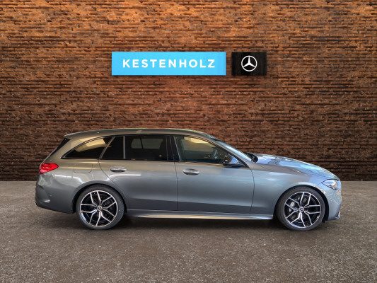 [all]12 Monate Garantie / Gratisservice 10 Jahre oder 100'000 Km ab 1.Inv. / zzgl. Ablieferungspauschale CHF 540.-[/all]


[all]

[/all]&nbsp; AMG Hintere Stossstange mit Diffusoroptik und schwarzen EinlagenAMG LineAMG Seitenverkleidungen in FahrzeugfarbeAMG Vordere Stossstange mit sportlichen Lufteinl&auml;ssen und ChromelementenAirbag: Airbag Fahrer und BeifahrerAirbag: Seitenairbag f&uuml;r Fahrer und BeifahrerAirbag: Window-Kopfairbags f&uuml;r Fahrer, BeifahrerAntiblockiersystem (ABS)Assist: Aktiver BremssassistentAssist: Aktiver Spurhalte-AssistentAssist: Elektronisches Stabilit&auml;ts-Programm (ESP)Assist: Scheibenwischerbl&auml;tter mit RegensensorAssist: TempomatDachreling in poliertem AluminiumDekor: Mittelkonsole in HochglanzschwarzDekor: Zierelemente MetallstrukturDieselpartikelfilterDoppelcupholderEASY-PACK-HeckklappeFahrwerk: DYNAMIC SELECTGetriebe: 9G-TRONIC AutomatikIntegrierter Startergenerator der zweiten GenerationKEYLESS GO Start FunktionLackierung: Uni-Lackierung PolarweissLaderaumabdeckung inklusive EASY-PACK SicherheitsnetzMERCEDES-BENZ MOBILIT&Auml;TMERCEDES-SWISS-INTEGRALMedia: MBUX MultimediasystemMedia: Media Display (11,9 Zoll)Paket: Advantage-PaketPaket: BasispaketPaket: Innenraumlicht-PaketPolster: ARTICO/DINAMICA schwarzPowerdomes auf MotorhaubeRemote ServicesR&auml;der: AMG 18'' Leichtmetallr&auml;der im 5-Speichen-DesignServolenkung geschwindigkeitsabh&auml;ngig Assist: Verkehrszeichen-AssistentDachhimmel schwarzDekor: Mittelkonsole silbergrau mit DiamantmusterEntfernung des Fahrzeugtypenschilds auf dem KofferraumLackierung: Metallic-LackierungLenkrad: LenkradheizungLicht: DIGITAL LIGHT mit LeuchtbandMedia: Erweitertes SoundsystemMedia: MBUX EntertainmentPaket: Fahrassistenz-Paket PlusAssist: Aktive Abstands-Assistent DISTRONICAssist: PRE-SAFE Impuls SeiteAssist: PRE-SAFE SystemPaket: Premium-Plus-PaketKlima: 3-Zonen-Komfort-KlimatisierungsautomatikMedia: MBUX EntertainmentPanorama-SchiebedachPaket: Sport-Paket BlackAMG Frontsch&uuml;rze mit Zierelementen (Fl&uuml;ge) in HochglanzschwarzAussenspiegelgeh&auml;use in HochglanzschwarzDiamantgrill mit Pins in Silber und Einzellamelle in Hochglanzschwarz lackiertHintere Stossstange mit Zierelementen (Fl&uuml;ge) in HochglanzschwarzPaket: WinterpaketLenkrad: LenkradheizungScheibenwaschd&uuml;sen beheiztPanorama-SchiebedachR&auml;der: AMG 19'' Leichtmetallr&auml;der im 5-Doppelspeichen-DesignWindschutzscheibenwaschanlage, beheizt