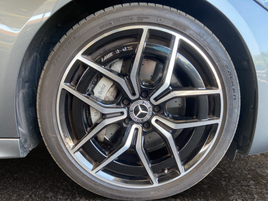 [all]12 Monate Garantie / Gratisservice 10 Jahre oder 100'000 Km ab 1.Inv. / zzgl. Ablieferungspauschale CHF 540.-[/all]


[all]

[/all]&nbsp; AMG Hintere Stossstange mit Diffusoroptik und schwarzen EinlagenAMG LineAMG Seitenverkleidungen in FahrzeugfarbeAMG Vordere Stossstange mit sportlichen Lufteinl&auml;ssen und ChromelementenAirbag: Airbag Fahrer und BeifahrerAirbag: Seitenairbag f&uuml;r Fahrer und BeifahrerAirbag: Window-Kopfairbags f&uuml;r Fahrer, BeifahrerAntiblockiersystem (ABS)Assist: Aktiver BremssassistentAssist: Aktiver Spurhalte-AssistentAssist: Elektronisches Stabilit&auml;ts-Programm (ESP)Assist: Scheibenwischerbl&auml;tter mit RegensensorAssist: TempomatDachreling in poliertem AluminiumDekor: Mittelkonsole in HochglanzschwarzDekor: Zierelemente MetallstrukturDieselpartikelfilterDoppelcupholderEASY-PACK-HeckklappeFahrwerk: DYNAMIC SELECTGetriebe: 9G-TRONIC AutomatikIntegrierter Startergenerator der zweiten GenerationKEYLESS GO Start FunktionLackierung: Uni-Lackierung PolarweissLaderaumabdeckung inklusive EASY-PACK SicherheitsnetzMERCEDES-BENZ MOBILIT&Auml;TMERCEDES-SWISS-INTEGRALMedia: MBUX MultimediasystemMedia: Media Display (11,9 Zoll)Paket: Advantage-PaketPaket: BasispaketPaket: Innenraumlicht-PaketPolster: ARTICO/DINAMICA schwarzPowerdomes auf MotorhaubeRemote ServicesR&auml;der: AMG 18'' Leichtmetallr&auml;der im 5-Speichen-DesignServolenkung geschwindigkeitsabh&auml;ngig Assist: Verkehrszeichen-AssistentDachhimmel schwarzDekor: Mittelkonsole silbergrau mit DiamantmusterEntfernung des Fahrzeugtypenschilds auf dem KofferraumLackierung: Metallic-LackierungLenkrad: LenkradheizungLicht: DIGITAL LIGHT mit LeuchtbandMedia: Erweitertes SoundsystemMedia: MBUX EntertainmentPaket: Fahrassistenz-Paket PlusAssist: Aktive Abstands-Assistent DISTRONICAssist: PRE-SAFE Impuls SeiteAssist: PRE-SAFE SystemPaket: Premium-Plus-PaketKlima: 3-Zonen-Komfort-KlimatisierungsautomatikMedia: MBUX EntertainmentPanorama-SchiebedachPaket: Sport-Paket BlackAMG Frontsch&uuml;rze mit Zierelementen (Fl&uuml;ge) in HochglanzschwarzAussenspiegelgeh&auml;use in HochglanzschwarzDiamantgrill mit Pins in Silber und Einzellamelle in Hochglanzschwarz lackiertHintere Stossstange mit Zierelementen (Fl&uuml;ge) in HochglanzschwarzPaket: WinterpaketLenkrad: LenkradheizungScheibenwaschd&uuml;sen beheiztPanorama-SchiebedachR&auml;der: AMG 19'' Leichtmetallr&auml;der im 5-Doppelspeichen-DesignWindschutzscheibenwaschanlage, beheizt