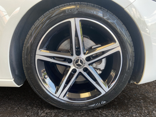 [all]12 Monate Garantie / Gratisservice 10 Jahre oder 100'000 Km ab 1.Inv. / zzgl. Ablieferungspauschale CHF 540.-[/all]


[all]

[/all]&nbsp; Airbag: Airbag Fahrer und BeifahrerAirbag: Automatische Beifahrerairbag-AbschaltungAirbag: Knie-Airbag f&uuml;r FahrerAirbag: Sidebags f&uuml;r Fahrer und Beifahrer (kombinierte Thorax-Pelvis-Airbags)Airbag: Window-KopfairbagsAntiblockiersystem (ABS)Assist: Aktiver BremssassistentAssist: Aktiver Spurhalte-AssistentAssist: Mercedes-Benz NotrufsystemAssist: R&uuml;ckfahrkameraAssist: TEMPOMAT mit LimiterDYNAMIC SELECTDekor: Zierelemente Aluminium mit CarbonschliffDekor: Zierelemente Aluminium mit Carbonschliff dunkelDoppelcupholder vorneElektronisches Stabilit&auml;ts-Programm (ESP) mit Antriebsschlupfregel ASRErste-Hilfe-Kasten und WarndreieckFahrwerk: ParameterlenkungGarantie: MERCEDES-SWISS-INTEGRAL PaketGetriebe: Automatisches Doppelkupplungsgetriebe 7G-DCTKlima: Klimatisierungsautomatik THERMOTRONICLenkrad: Multifunktions-Sportlenkrad in LederLicht- und SichtpaketLicht: LED High Performance-ScheinwerferMERCEDES-BENZ MOBILIT&Auml;TMERCEDES-SWISS-INTEGRALMedia: Digitaler Radioempfang (DAB/DAB+)Media: Kommunikationsmodul (LTE) zur Nutzung von Mercedes me connect DienstenMedia: TouchpadPolster: Polster Ledernachbildung ARTICO/Stoff Fl&eacute;ronRegensensor f&uuml;r Scheibenwischer vorneReifendruck-KontrollanzeigeRemote ServicesR&auml;der: Leichtmetallr&auml;der im 5-Doppelspeichen-Design 18JR&auml;der: Reifenreparatur-Set (Tire Fit)Sitze: Komfortsitze vorneSitze: Vordersitze manuell verstellbarVeloursfussmattenW&auml;rmed&auml;mmendes Glas, ab B-S&auml;ule dunkel get&ouml;nt AmbientebeleuchtungDachhimmel schwarzDigitales 10-Zoll-InstrumentendisplayInnenspiegel und Aussenspiegel links automatisch abblendendLicht: Adaptiver Fernlicht-AssistentPaket: Advantage-PaketMedia: 10-Zoll-Media-DisplayMedia: FestplattennavigationPaket: Park-Paket mit R&uuml;ckfahrkamera inkl.Paket: Spiegel-PaketPaket: Spiegel-PaketPaket: Sport-Paket Black f&uuml;r Progressive LineAussenspiegel in HochglanzschwarzR&auml;der: Leichtmetallr&auml;der im 5-Doppelspeichen-Design 18JR&auml;der: SommerreifenSitze: 4-Wege-Lordosenst&uuml;tzeSitze: R&uuml;cksitzlehne geteilt abklappbarSitze: Vordersitze heizbarVorbereitung f&uuml;r Anh&auml;ngevorrichtung