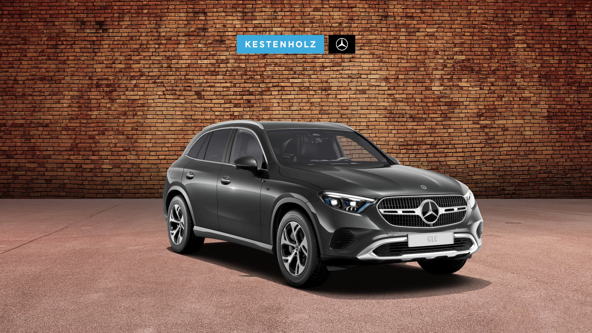Abgasanlage mit zwei fest in den Stossf&auml;nger integrierten, sichtbaren EndrohrblendenAirbag: Airbag Fahrer und BeifahrerAntiblockiersystem (ABS)Assist: Mercedes-Benz NotrufsystemBel&uuml;ftungsd&uuml;sen mit Zierelementen in SilberchromBlende an den B-S&auml;ulen in Schwarz hochgl&auml;nzendBremsanlage mit gr&ouml;sseren Bremsscheiben an der VorderachseDachbedieneinheit in Schwarz hochgl&auml;nzendDekor: Innenhimmel Stoff kristallgrauDekor: Instrumententafel in Schwarz mit KontrastziernahtDekor: Mittelkonsole in HochglanzschwarzDekor: Zierelemente Rautenoptik silbergrauDynamischer Frontstossf&auml;nger mit optischem Unterschutz in Chrom gl&auml;nzend sowie Lufteinl&auml;ssenFahrwerk: AGILITY CONTROL Fahrwerk mit selektivem D&auml;mpfungssystemGarantie: MERCEDES-BENZ MOBILIT&Auml;TGarantie: MERCEDES-SWISS-INTEGRALGetriebe: 9G-TRONIC AutomatikIn Wagenfarbe lackierter Heckstossf&auml;nger mit optischem Unterschutz in Chrom gl&auml;nzendK&uuml;hlerverkleidung mit integriertem Mercedes-Benz Stern sowie Lamelle mit Chromauflage und RahmenLackierung: Uni-LackierungLadekabel f&uuml;r Industriesteckdose, 5m, glattLadekabel f&uuml;r Wallbox und &ouml;ffentliche Ladestationen, 5 m, glatt, 11 kWMedia: Digitales Radio (DAB)Media: Festplatten-NavigationMedia: Kommunikationsmodul (LTE) zur Nutzung von Mercedes me connect DienstenMedia: Vorr&uuml;stung f&uuml;r Live Traffic InformationMedia: Vorr&uuml;stung f&uuml;r NavigationsdiensteOffroad-Fahrprogramm (AnpassungPaket: AVANTGARDE AdvancedAVANTGARDE ExterieurAVANTGARDE InterieurAmbientebeleuchtungAssist: Aktiver Spurhalte-AssistentAssist: Bergabfahrhilfe (DSR)Assist: TempomatDachreling in poliertem AluminiumDekor: Chrom-Paket InterieurDoppelcupholder vorneEASY-PACK LaderaumabdeckungEASY-PACK-HeckklappeFingerabdruckscannerFussmatten VeloursKlima: 2-Zonen-Klimatisierungsautomatik THERMATICLenkrad: Multifunktions-Sportlenkrad in LederLicht: Adaptiver Fernlicht-AssistentLicht: LED High Performance-ScheinwerferMedia: 12,3"-FahrerdisplayMedia: Erweiterte MBUX FunktionenMedia: Kabelloses Ladesystem f&uuml;r mobile Ger&auml;teMedia: MBUX MultimediasystemMedia: MBUX Premium-NavigationMedia: Media Display (11,9 Zoll)Media: Smartphone-IntergrationPaket: Ablage-PaketPaket: Innenraumlicht-PaketPaket: Kofferraum-KomfortpaketPaket: Park-Paket mit R&uuml;ckfahrkameraPaket: Sitzkomfort-PaketPaket: Spiegel-PaketPaket: USBPaketRegensensor f&uuml;r Scheibenwischer vorneRemote ServicesSitze: Sitzheizung f&uuml;r Fahrer und BeifahrerTIREFITVorinstallation f&uuml;r digitale Schl&uuml;ssel&uuml;bertragungWarnweste f&uuml;r FahrerW&auml;rmed&auml;mmend dunkel get&ouml;ntes GlasPolster: Ledernachbildung ARTICO/StoffRadlaufverkleidungen in WagenfarbeRemote und Charging Services PlusR&auml;der: 18'' Leichtmetallr&auml;der im 5-Doppelspeichen-DesignServolenkungSteg zwischen den Heckleuchten in Schwarz hochgl&auml;nzendT&uuml;ren mit Zierelementen in Schwarz hochgl&auml;nzend und Umrandung in Silberchrom sowie SchalternVorklimatisierung &uuml;ber Hochvoltbatterie f&uuml;r Heizen und K&uuml;hlenWechselstromsystem (AC-Laden) Airbag: Seitenairbags hintenAnh&auml;ngevorrichtung mit ESP Anh&auml;ngerstabilisierungAssist: Aktiver Abstands-Assistent DISTRONICAssist: Verkehrszeichen-AssistentDekor: Aluminium schwarz offenporig, Zierelemente HolzDekor: Innenhimmel Stoff schwarzDekor: Instrumententafel und Bordkanten in Ledernachbildung ARTICO in NappaoptikGleichstrom-Ladesystem (DC-Laden) maximal 60 kWLicht: DIGITAL LIGHTLicht: Adaptiver Fernlicht-Assistent PlusPaket: KEYLESS GO Komfort-PaketPaket: Park-Paket mit 360 -KameraAssist: 360-KameraAssist: Aktiver Parkassistent inkl. PARKTRONICAssist: Transparente Motorhaube