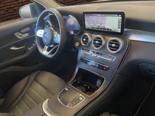 [all]12 Monate Garantie / Gratisservice 10 Jahre oder 100'000 Km ab 1.Inv. / zzgl. Ablieferungspauschale CHF 540.-[/all]


[all]

[/all]&nbsp; AMG Front- und Hecksch&uuml;rzeAMG VeloursfussmattenAirbag: Airbag Fahrer und BeifahrerAirbag: Knie-Airbag f&uuml;r FahrerAirbag: Seiten- und Beckenairbag (Pelvisbag)Airbag: Window-Kopfairbags f&uuml;r Fahrer, BeifahrerAntiblockiersystem (ABS)Armlehne f&uuml;r Fahrer- und BeifahrersitzAssist: COLLISION PREVENTION ASSISTAssist: Feststellbremse mit HOLD-Funktion und BerganfahrhilfeAssist: Tempomat mit GeschwindigkeitsbegrenzerAussenspiegel links elektrischAussentemperaturanzeigeDYNAMIC SELECTDachreling in ChromDiamantgrill mit verchromten Pins und LamelleElektrische Fensterheber vorne + hintenElektronisches Stabilit&auml;ts-Programm (ESP)Erste-Hilfe-Kasten und WarndreieckFenstereinfassung in poliertem AluminiumGarantie: MERCEDES-SWISS-INTEGRAL plus -HandschuhfachInnenraumbeleuchtungKEYLESS GO Start FunktionKlima: Klimatisierungsautomatik THERMATICLackierung: Uni-Lackierung PolarweissLaderaumabdeckungLenkrad: Multifunktions-Sportlenkrad in Leder NappaLicht: LED High Performance-ScheinwerferLicht:Adaptives BremslichtMedia: Digitales Radio (DAB)Polster: Ledernachbildung ARTICO/Mikrofaser DINAMICAR&auml;der: AMG Leichtmetallr&auml;der 19" im 5-Speichen-DesignServolenkung geschwindigkeitsabh&auml;ngigSitze:Vordersitze mit elektrischer H&ouml;hen-,Zentralverriegelung mit Fernbedienung und automatischer T&uuml;rverriegelung Assist: Aktive Abstands-Assistent DISTRONICBremsanlage mit gr&ouml;sseren Bremsscheiben an der VorderachseDekor: Instrumententafel und Bordkanten der T&uuml;ren in Ledernachbildung ARTICODekor: Zierelemente Esche schwarzGer&auml;uschd&auml;mmendes get&ouml;ntes AkustikglasKEYLESS-GOKlima: Klimatisierungsautomatik THERMOTRONICLackierung: Metallic-LackierungMedia: Head-Up DisplayPaket: Park-Paket mit 360 -KameraAssist: 360-KameraPaket: Premium-Plus-PaketAssist: VerkehrszeichenerkennungLicht: Ambientebeleuchtung Multi-ColourLicht: MULTIBEAM LED ScheinwerferMedia: Burmester Surround SoundsystemMedia: Burmester Surround Soundsystem in Verb.mit Premium PaketMedia: Konnektivit&auml;ts-Paket NavigationMedia: Media-DisplayMedia: Smartphone-IntergrationPaket: Park-Paket mit R&uuml;ckfahrkameraPaket: Spiegel-PaketPanorama Schiebe-/Hebedach elektrischSitze: Sitzheizung f&uuml;r Fahrer und BeifahrerVolldigitales Instrumenten-DisplayPaket: Spiegel-PaketEinstiegs- und Ausstiegsbeleuchtung in den AussenspiegelnInnen- und Aussenspiegel automatisch abblendbar,Aussenspiegel links und rechts elektrisch anklappbarPaket: Sport-Paket BlackAussenspiegel in HochglanzschwarzUnterfahrschutz in Schwarz gl&auml;nzendW&auml;rmed&auml;mmendes Glas, ab B-S&auml;ule dunkel get&ouml;ntR&auml;der: AMG Leichtmetallr&auml;der im Vielspeichen-Design 20J mit Sport-Paket BlackScheibenwaschanlage beheizbarSitze: Beifahrersitz elektrisch verstellbar mit Memory-FunktionSitze: Fahrersitz elektrisch einstellbar mit Memory-FunktionWegfall Typkennzeichen auf Gep&auml;ckraumklappe