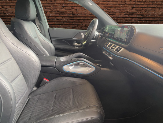 [all]12 Monate Garantie / Gratisservice 10 Jahre oder 100'000 Km ab 1.Inv. / zzgl. Ablieferungspauschale CHF 540.-[/all]


[all]

[/all]&nbsp; Airbag: Airbag Fahrer und BeifahrerAirbag: KneebagAirbag: Seitenairbag f&uuml;r Fahrer und BeifahrerAirbag: Window-KopfairbagsAmbientebeleuchtungAntiblockiersystem (ABS)Assist: Aktiver BremssassistentAssist: Mercedes-Benz NotrufsystemAssist: PRE-SAFE SystemDachreling in poliertem AluminiumDekor: Dachhimmel Stoff in KristallgrauDekor: Geb&uuml;rsteter Aluminiumdekor mit leichter L&auml;ngsmaserungDekor: L&uuml;ftungsschlitze schwarz mit silbernen ChromelementenEASY-PACK LaderaumabdeckungEASY-PACK-HeckklappeElektronisches Stabilit&auml;ts-Programm (ESP)Fussmatten VeloursGetriebe: 9G-TRONIC AutomatikHeckstossf&auml;nger in Fahrzeugfarbe mit Unterfahrschutz in ChromKlima: 2-Zonen-Klimatisierungsautomatik THERMATICK&uuml;hlergrill mit eingearbeitetem Mercedes-Benz Stern und zwei horizontalen Lamellen mit Chromeins&auml;tzeK&uuml;hlergrill mit zwei horizontalen Lamellen mit Chromeins&auml;tzen und vertikalen, dahinterliegendenLackierung: Uni-Lackierung PolarweissLenkrad: Multifunktionslenkrad aus NappalederMERCEDES-BENZ MOBILIT&Auml;TMERCEDES-SWISS-INTEGRALMedia: Digitales Radio (DAB)Media: Erweiterte MBUX FunktionenMedia: Kommunikationsmodul (LTE) zur Nutzung von Mercedes me connect DienstenMedia: Vorr&uuml;stung f&uuml;r NavigationsdiensteMedia: Vorr&uuml;stung f&uuml;r Remote- und NavigationsdienstePaket: Advanced PlusPaket: Interieur ChrompaketRadl&auml;ufe vorne und hinten in SchwarzR&auml;der: 19'' 10-Speichen Leichtmetallr&auml;derR&auml;der: ReifendruckkontrolleSerie Privacy-VerglasungServolenkung AIRMATIC-PaketAnh&auml;ngevorrichtung mit ESP Anh&auml;nger-stabilisierungKlima: Klimatisierungsautomatik THERMOTRONIC 4-ZonenLackierung: MANUFAKTUR brightMedia: Head-Up DisplayPaket: AMG Line Premium PlusLicht: Umfeldbeleuchtung mit animierter Projektion des Mercedes-Benz MustersMBUX Interieur-AssistentPaket: AMG Line PremiumPaket: ENERGIZING Paket PlusPaket: Fahrassistenz-Paket PLUSPaket: W&auml;rme Comfort PackageSitze: Multikontursitze vorneT&uuml;ren: Power ClosingPaket: Fahrassistenz-Paket PLUSPanorama-SchiebedachPolster: Nappaleder schwarzSeitentaschen im FondSitze: R&uuml;cksitze elektrisch verstellbarSitze: Sitzheizung im FondTrittbretter beleuchtet in Aluminiumoptik mit Gumminoppen