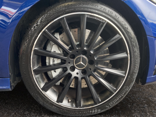 [all]12 Monate Garantie / Gratisservice 10 Jahre oder 100'000 Km ab 1.Inv. / zzgl. Ablieferungspauschale CHF 540.-[/all]


[all]

[/all]&nbsp; Ablagen - CupholderAblagen - Gep&auml;cknetz im Kofferraum und Klappbox unter dem LadebodenAblagen - Mittelarmlehne vorn mit AblagefachAblagen - beleuchtetes HandschuhfachAirbag: Airbags mit zweistufiger Ausl&ouml;sung - Fahrer und Beifahrer; Sidebags an den Vordersitzen;Antiblockiersystem (ABS)Assist: ATTENTION ASSIST (Aufmerksamkeitsassistent)Assist: Aktive Motorhaube - als Schutz f&uuml;r Fussg&auml;nger, ein Aufprall wird erkannt und die MotorhaubeAssist: Aktiver BremssassistentAssist: COLLISION PREVENTION ASSIST PLUSAssist: Feststellbremse elektrischAssist: Mercedes me connect (Konfiguration und Fahrzeug&uuml;berwachung)Assist: R&uuml;ckfahrkameraAssist: Scheibenwischer mit RegensensorAssist: Serviceintervallanzeige ASSYST mit WartungsrechnerAssist: TEMPOMAT mit variabler Geschwindigkeitsbegrenzung SPEEDTRONICAussenspiegel - beheizt mit elektronischer VerstellungAussentemperaturanzeigeDekor: Armaturenbrett und Bordkanten der T&uuml;ren in Ledernachbildung ARTICODekor: Innenhimmel Stoff schwarzDekor: Zierelemente Aluminium hellDiamantgrill mit verchromten Pins und integriertem Mercedes SternEinstiegsleiste vorn mit Mercedes-Benz SchriftzugElektrische Fensterheber (2) - &Ouml;ffnen und Schliessen auf Knopfdruck inklusive EinklemmschutzElektronisches Stabilit&auml;ts-Programm (ESP)Erste-Hilfe-Kasten und WarndreieckFahrwerk: Fahrprogramme - DYNAMIC SELECT mit Fahrprogrammauswahl (Comfort, ECO, Sport, Sport+,Fahrwerk: Lenkung- Sport-Direktlenkung mit geschwindigkeitsabh&auml;ngiger Lenkunterst&uuml;tzungFondgurt-Statusanzeige im KombiinstrumentFussmatten schwarz mit AMG SchriftzugGarantie: 3 Jahre oder 100'000 kmGelochte Bremsscheiben vorne mit Mercedes-Benz SchriftzugGetriebe: 9G-TRONIC AutomatikGetriebe: Schalthebel am LenkradKEYLESS-GO Start-Funktion mit Taste in Turbinen-OptikKlima: Klimatisierungsautomatik THERMATIC mit 2-KlimazonenKraftstofftank 66 LiterLackierung: Uni-Lackierung PolarweissLenkrad: AMG Performance Lenkrad in Leder NappaLenkrad: Lenks&auml;ule manuelle H&ouml;hen- und AbstandsverstellungLicht: Adaptiver Fernlicht-AssistentLicht: Innenraumlicht-PaketLicht: LED High Performance-ScheinwerferLicht: Voll-LED-HeckleuchtenMERCEDES-BENZ MOBILIT&Auml;TMedia: Audio 20 mit integrierter Media Interface und Bluetooth-SchnittstelleMedia: Digitales Radio (DAB)Media: Hochaufl&ouml;sendes 7-Zoll-Multimedia-FarbdisplayMedia: In die Heckscheibe integrierte RadioantenneMedia: Kombiinstrument in 2-Tubenoptik, mit grossem Multifunktionsdisplay 13,97 cm (5,5 Zoll)Media: Lautsprecher mit FrontbassMedia: Zwei USB-Schnittstellen und ein SD-Karten-Steckplatz in der MittelkonsoleObere Einfassung der Seitenfenster in Aluminium poliertPaket: AMG Line Coup&eacute;Paket: Interieur designo bengalrot/schwarzPaket: Komfort-PaketPolster: Ledernachbildung ARTICO/Mikrofaser DINAMICA AMG schwarzRundum get&ouml;nte Verglasung - gr&uuml;nR&auml;der: AMG Leichtmetallr&auml;der im 5-Speichen-Design 18JR&auml;der: ReifendruckkontrolleR&auml;der: TIREFITSchaltbare AMG Performance AbgasanlageSitze: Automatische KindersitzerkennungSitze: ISOFIX-Verankerungspunkte f&uuml;r Kindersitze mit Top Tether-Befestigung im FondSitze: Sitze - Fondsitze zweiteilig klappbar im Verh&auml;ltnis 40 : 20 : 40Sitze: Sitze - GurtbringerSitze: Sitze - Vordersitze mit elektrischer Einstellung von Sitzh&ouml;he und LehnenneigungSonnenblende mit beleuchtetem Make-up-SpiegelT&uuml;ren:Kindersicherung - mit manueller Bedienung f&uuml;r die hinteren T&uuml;ren und elektrischer BedienungZentralverriegelung mit Innenraumschalter, automatischer Verriegelung und Aufprallsensor Assist: PRE-SAFE SicherheitssystemEntfernung des Fahrzeugtypenschilds auf dem KofferraumKabelloses Ladesystem f&uuml;r SmartphoneLackierung: Metallic-LackierungLenkrad: AMG LenkradtastenMedia: Head-Up DisplayMedia: Smartphone-IntergrationMedia: Android AutoMedia: Touchpad mit ControllerPaket: AMG Night-PaketW&auml;rmed&auml;mmendes Glas, ab B-S&auml;ule dunkel get&ouml;ntPaket: Park-Paket mit 360&deg; -Kamera mit Premium PaketAssist: 360-KameraPaket: Premium Plus-Paket Coup&eacute;Licht: MULTIBEAM LED ScheinwerferPaket: KEYLESS GO Komfort-PaketSitze: Vordersitze heizbarPaket: Spiegel-PaketAussenspiegel elektrisch anklappbarInnen- und Aussenspiegel automatischPolster: Polster LederR&auml;der: AMG Leichtmetallr&auml;der im Vielspeichen-Sitze: Fahrersitz elektrisch einstellbar mit Memory-FunktionStandheizung