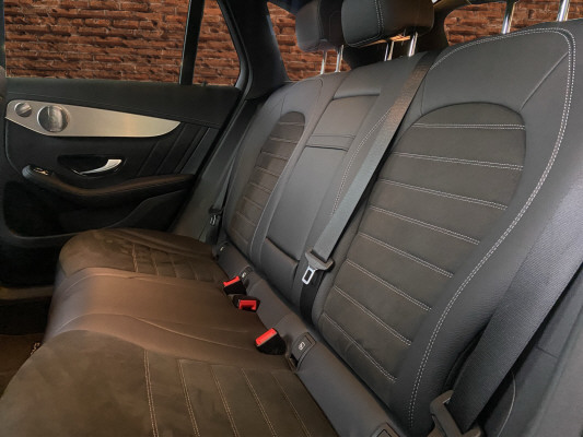 [all]12 Monate Garantie / zzgl. Ablieferungspauschale CHF 540.-[/all]


[all]

[/all]&nbsp; AMG VeloursfussmattenAirbag: Airbag Fahrer und BeifahrerAirbag: Knie-Airbag f&uuml;r FahrerAirbag: Seiten- und Beckenairbag (Pelvisbag)Airbag: Window-Kopfairbags f&uuml;r Fahrer, BeifahrerAntiblockiersystem (ABS)Armlehne f&uuml;r Fahrer- und BeifahrersitzAssist: COLLISION PREVENTION ASSISTAssist: Feststellbremse mit HOLD-Funktion und BerganfahrhilfeAssist: Tempomat mit GeschwindigkeitsbegrenzerAussenspiegel links elektrischAussentemperaturanzeigeDYNAMIC SELECTDachreling in ChromDiamantgrill mit verchromten Pins und LamelleElektrische Fensterheber vorne + hintenElektronisches Stabilit&auml;ts-Programm (ESP)Erste-Hilfe-Kasten und WarndreieckFenstereinfassung in poliertem AluminiumHandschuhfachInnenraumbeleuchtungKEYLESS GO Start FunktionKlima: Klimatisierungsautomatik THERMATICLackierung: Uni-Lackierung PolarweissLaderaumabdeckungLenkrad: Multifunktions-Sportlenkrad in Leder NappaLicht: LED High Performance-ScheinwerferLicht:Adaptives BremslichtMedia: Digitales Radio (DAB)Polster: Ledernachbildung ARTICO/Mikrofaser DINAMICASitze:Vordersitze mit elektrischer H&ouml;hen-,Zentralverriegelung mit Fernbedienung und automatischer T&uuml;rverriegelung Airbag: Seitenairbags hintenDachhimmel schwarzDekor: Instrumententafel und Bordkanten der T&uuml;ren in Ledernachbildung ARTICOGer&auml;uschd&auml;mmendes get&ouml;ntes AkustikglasKEYLESS-GOKlima: Klimatisierungsautomatik THERMOTRONICLackierung: Metallic-LackierungMedia: Burmester Surround SoundsystemMedia: Head-Up DisplayMedia: Kabelloses Ladesystem f&uuml;r mobile Endger&auml;tePaket: AIR-BALANCE PaketPaket: ENERGIZING PaketPaket: Fahrassistenz-PaketPaket: Park-Paket mit 360 -KameraAssist: 360-KameraAssist: Aktiver Parkassistent inkl. PARKTRONICPaket: Premium-Plus-PaketMedia: Smartphone-IntergrationPaket: Park-Paket mit R&uuml;ckfahrkameraPaket: Spiegel-PaketPaket: Sport-Paket BlackAussenspiegel in HochglanzschwarzR&auml;der: AMG Leichtmetallr&auml;der im 5-Doppelspeichen-Design 19JUnterfahrschutz in Schwarz gl&auml;nzendW&auml;rmed&auml;mmendes Glas, ab B-S&auml;ule dunkel get&ouml;ntScheibenwaschanlage beheizbarSitze: Beifahrersitz elektrisch verstellbar mit Memory-FunktionSitze: Fahrersitz elektrisch einstellbar mit Memory-FunktionWegfall Typkennzeichen auf Gep&auml;ckraumklappe