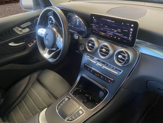 [all]12 Monate Garantie / Gratisservice 10 Jahre oder 100'000 Km ab 1.Inv. / zzgl. Ablieferungspauschale CHF 540.-[/all]


[all]

[/all]&nbsp; AMG Front- und Hecksch&uuml;rzeAMG VeloursfussmattenAirbag: Airbag Fahrer und BeifahrerAirbag: Knie-Airbag f&uuml;r FahrerAirbag: Seiten- und Beckenairbag (Pelvisbag)Airbag: Window-Kopfairbags f&uuml;r Fahrer, BeifahrerAntiblockiersystem (ABS)Armlehne f&uuml;r Fahrer- und BeifahrersitzAssist: COLLISION PREVENTION ASSISTAssist: Feststellbremse mit HOLD-Funktion und BerganfahrhilfeAssist: Tempomat mit GeschwindigkeitsbegrenzerAussenspiegel links elektrischAussentemperaturanzeigeDYNAMIC SELECTDachreling in ChromDiamantgrill mit verchromten Pins und LamelleElektrische Fensterheber vorne + hintenElektronisches Stabilit&auml;ts-Programm (ESP)Erste-Hilfe-Kasten und WarndreieckFenstereinfassung in poliertem AluminiumGarantie: MERCEDES-SWISS-INTEGRAL plus -HandschuhfachInnenraumbeleuchtungKEYLESS GO Start FunktionKlima: Klimatisierungsautomatik THERMATICLackierung: Uni-Lackierung PolarweissLaderaumabdeckungLenkrad: Multifunktions-Sportlenkrad in Leder NappaLicht: LED High Performance-ScheinwerferLicht:Adaptives BremslichtMedia: Digitales Radio (DAB)Polster: Ledernachbildung ARTICO/Mikrofaser DINAMICAR&auml;der: AMG Leichtmetallr&auml;der 19" im 5-Speichen-DesignServolenkung geschwindigkeitsabh&auml;ngigSitze:Vordersitze mit elektrischer H&ouml;hen-,Zentralverriegelung mit Fernbedienung und automatischer T&uuml;rverriegelung Anh&auml;ngevorrichtung und ESP mit AntriebsschlupfregelungAssist: Aktive Abstands-Assistent DISTRONICBremsanlage mit gr&ouml;sseren Bremsscheiben an der VorderachseDekor: Zierelemente Esche schwarzGer&auml;uschd&auml;mmendes get&ouml;ntes AkustikglasKEYLESS-GOLackierung: Metallic-LackierungPaket: Park-Paket mit 360 -KameraAssist: 360-KameraAssist: Aktiver Parkassistent inkl. PARKTRONICPaket: Premium-Plus-PaketAssist: VerkehrszeichenerkennungLicht: Ambientebeleuchtung Multi-ColourLicht: MULTIBEAM LED ScheinwerferMedia: Burmester Surround SoundsystemMedia: Burmester Surround Soundsystem in Verb.mit Premium PaketMedia: Konnektivit&auml;ts-Paket NavigationMedia: Media-DisplayMedia: Smartphone-IntergrationPaket: Park-Paket mit R&uuml;ckfahrkameraPaket: Spiegel-PaketPanorama Schiebe-/Hebedach elektrischSitze: Sitzheizung f&uuml;r Fahrer und BeifahrerVolldigitales Instrumenten-DisplayPaket: Spiegel-PaketEinstiegs- und Ausstiegsbeleuchtung in den AussenspiegelnInnen- und Aussenspiegel automatisch abblendbar,Aussenspiegel links und rechts elektrisch anklappbarPaket: Sport-Paket BlackAussenspiegel in HochglanzschwarzUnterfahrschutz in Schwarz gl&auml;nzendW&auml;rmed&auml;mmendes Glas, ab B-S&auml;ule dunkel get&ouml;ntPolster: Ledernachbildung ARTICOR&auml;der: AMG Leichtmetallr&auml;der im Vielspeichen-Design 20J mit Sport-Paket BlackSitze: Fahrersitz elektrisch einstellbar mit Memory-FunktionWegfall Typkennzeichen auf Gep&auml;ckraumklappe