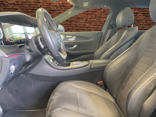 [all]12 Monate Garantie / zzgl. Ablieferungspauschale CHF 540.-[/all]


[all]

[/all]&nbsp; AMG Fussmatten mit AMG SchriftzugAMG Hecksch&uuml;rze in Diffusoroptik mit Zierleisten in SilberchromAMG Line ExterieurAMG Line InterieurAMG SeitenschwellerverkleidungenAMG Sportpedalanlage aus geb&uuml;rstetem Edelstahl mit schwarzen GumminoppenAMG spezifische Frontsch&uuml;rze mit Separatoren und K&uuml;hllufteinl&auml;ssen in Silberchrom und aerodynamischeAbgasanlage mit 2 Endrohren in Silberchrom (nicht funktional)AdBlue-Beh&auml;lter mit 23,5 Liter Fassungsverm&ouml;genAirbag: Airbags, Thorax-Pelvis-Airbags in den Sitzen und Windowbags f&uuml;r Fahrer und BeifahrerAirbag: Kneebag f&uuml;r FahrerAirbag: Knie-Airbag f&uuml;r FahrerAmbientebeleuchtung mit 64 Farben und 3 FarbzonenAntiblockiersystem (ABS)Armauflage der Mittelkonsole mit Ziern&auml;htenAssist: Aktiver BremssassistentAssist: Elektronisches Stabilit&auml;ts-Programm (ESP)Assist: Mercedes-Benz NotrufsystemAssist: PRE-SAFE SicherheitssystemAssist: R&uuml;ckfahrkameraAssist: VerkehrszeichenerkennungBlenden an der B-S&auml;ule und Fondfenstereinfassung in HochglanzschwarzBordkantenzierstab und Fenstereinfassung in Aluminium poliertBremsanlage mit gr&ouml;sseren Bremsscheiben an der VorderachseBrillenfach in der DachbedieneinheitDachhimmel schwarzDachreling in poliertem AluminiumDekor: Armaturenbrett und Bordkanten der T&uuml;ren in Ledernachbildung ARTICODekor: Zierelemente Esche schwarzDekor:Fahrer- und Beifahrersitz mit horizontaler Absteppung und sportlicher LehnenkonturDekor:Mittelkonsole Esche schwarzDiamantgrill mit Pins und Lamelle in Silberchrom mit Einlegern in HochglanzschwarzDieselpartikelfilterEinstiegsschienen vorne und hinten mit Logo,beleuchtetElektrische EASY-PACK Heckklappe mit elektromechanisch gesteuertem &Ouml;ffnen und SchliessenFahrwerk: DYNAMIC SELECT mit folgender Fahrprogramm-Auswahl: Comfort, Eco, Sport, Sport+,Fahrwerk:AGILITY CONTROL-Fahrwerk mit selektivemGarantie: MERCEDES-SWISS-INTEGRAL PaketGetriebe: 9G-TRONIC AutomatikInnenleuchten LEDKEYLESS GO Start FunktionKlima: Klimatisierungsautomatik THERMATICKraftstofftank 66 LiterLackierung: Uni-Lackierung PolarweissLenkrad: Multifunktions-Sportlenkrad in Leder NappaLicht: Adaptiver Fernlicht-AssistentLicht:LED High Performance-ScheinwerferMarkante Powerdomes auf der MotorhaubeMedia: 10-Zoll-Media-DisplayMedia: Digitaler Radioempfang (DAB/DAB+)Media: Erweiterte Features MBUXMedia: Kabelloses Ladesystem f&uuml;r mobile Ger&auml;teMedia: Kommunikationsmodul (LTE) zur Nutzung von Mercedes me connect DienstenMedia: Konnektivit&auml;ts-Paket NavigationMedia: MBUX Multimediasystem, volldigitales Cockpit mit zwei 10,25-Zoll-FarbdisplaysMedia: Touchpad in der MittelkonsoleMedia:Zwei USB-Anschl&uuml;sse im FondMercedes Stern im K&uuml;hlergrillMercedes-Benz Lorbeerkranz-Plakette auf der MotorhaubePaket: Ablage-PaketPaket: Innenraumlicht-PaketPaket: Sitzkomfort-Paket mit elektrischen und manuellen Einstellm&ouml;glichkeiten f&uuml;r eine ergonomischePolster: Ledernachbildung ARTICO/Mikrofaser DINAMICAReifendruckkontrolleRemote Services Plus mit Fahrzeugkonfiguration und -&uuml;berwachung &uuml;ber die Mercedes me connectR&auml;der: AMG Leichtmetallr&auml;der im 5-Speichen-Design 18JServolenkung geschwindigkeitsabh&auml;ngigSitze: Fondsitzlehnenklappung [40/20/40]Sitze: R&uuml;cksitzlehne geteilt abklappbarSitze: i-Size KindersitzbefestigungTIREFIT mit Reifenf&uuml;llkompressorVorr&uuml;stung f&uuml;r Carsharing-DiensteW&auml;rmed&auml;mmendes Glas, ab B-S&auml;ule dunkel get&ouml;nt Klima: Klimatisierungsautomatik THERMOTRONICPaket: Memory-PaketPaket: Premium-Plus-PaketAssist: Totwinkel-AssistentLicht: MULTIBEAM LEDMedia: Burmester Surround SoundsystemMedia: MBUX Augmented Reality f&uuml;r NavigationMedia: Media-Display 12,3''Paket: ENERGIZING PaketPaket: KEYLESS GO Komfort-PaketPaket: Memory-PaketPaket: Park-Paket mit 360&deg; -KameraPaket: Spiegel-PaketPanorama-SchiebedachSitze: Vordersitze heizbarPaket:Sport-Paket BlackDachreling schwarz
