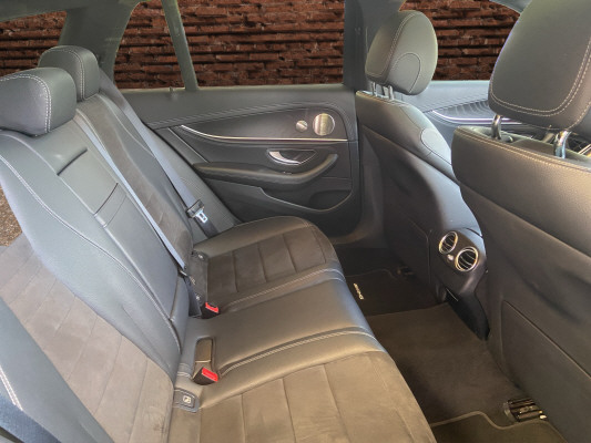[all]12 Monate Garantie / zzgl. Ablieferungspauschale CHF 540.-[/all]


[all]

[/all]&nbsp; AMG Fussmatten mit AMG SchriftzugAMG Hecksch&uuml;rze in Diffusoroptik mit Zierleisten in SilberchromAMG Line ExterieurAMG Line InterieurAMG SeitenschwellerverkleidungenAMG Sportpedalanlage aus geb&uuml;rstetem Edelstahl mit schwarzen GumminoppenAMG spezifische Frontsch&uuml;rze mit Separatoren und K&uuml;hllufteinl&auml;ssen in Silberchrom und aerodynamischeAbgasanlage mit 2 Endrohren in Silberchrom (nicht funktional)AdBlue-Beh&auml;lter mit 23,5 Liter Fassungsverm&ouml;genAirbag: Airbags, Thorax-Pelvis-Airbags in den Sitzen und Windowbags f&uuml;r Fahrer und BeifahrerAirbag: Kneebag f&uuml;r FahrerAirbag: Knie-Airbag f&uuml;r FahrerAmbientebeleuchtung mit 64 Farben und 3 FarbzonenAntiblockiersystem (ABS)Armauflage der Mittelkonsole mit Ziern&auml;htenAssist: Aktiver BremssassistentAssist: Elektronisches Stabilit&auml;ts-Programm (ESP)Assist: Mercedes-Benz NotrufsystemAssist: PRE-SAFE SicherheitssystemAssist: R&uuml;ckfahrkameraAssist: VerkehrszeichenerkennungBlenden an der B-S&auml;ule und Fondfenstereinfassung in HochglanzschwarzBordkantenzierstab und Fenstereinfassung in Aluminium poliertBremsanlage mit gr&ouml;sseren Bremsscheiben an der VorderachseBrillenfach in der DachbedieneinheitDachhimmel schwarzDachreling in poliertem AluminiumDekor: Armaturenbrett und Bordkanten der T&uuml;ren in Ledernachbildung ARTICODekor: Zierelemente Esche schwarzDekor:Fahrer- und Beifahrersitz mit horizontaler Absteppung und sportlicher LehnenkonturDekor:Mittelkonsole Esche schwarzDiamantgrill mit Pins und Lamelle in Silberchrom mit Einlegern in HochglanzschwarzDieselpartikelfilterEinstiegsschienen vorne und hinten mit Logo,beleuchtetElektrische EASY-PACK Heckklappe mit elektromechanisch gesteuertem &Ouml;ffnen und SchliessenFahrwerk: DYNAMIC SELECT mit folgender Fahrprogramm-Auswahl: Comfort, Eco, Sport, Sport+,Fahrwerk:AGILITY CONTROL-Fahrwerk mit selektivemGarantie: MERCEDES-SWISS-INTEGRAL PaketGetriebe: 9G-TRONIC AutomatikInnenleuchten LEDKEYLESS GO Start FunktionKlima: Klimatisierungsautomatik THERMATICKraftstofftank 66 LiterLackierung: Uni-Lackierung PolarweissLenkrad: Multifunktions-Sportlenkrad in Leder NappaLicht: Adaptiver Fernlicht-AssistentLicht:LED High Performance-ScheinwerferMarkante Powerdomes auf der MotorhaubeMedia: 10-Zoll-Media-DisplayMedia: Digitaler Radioempfang (DAB/DAB+)Media: Erweiterte Features MBUXMedia: Kabelloses Ladesystem f&uuml;r mobile Ger&auml;teMedia: Kommunikationsmodul (LTE) zur Nutzung von Mercedes me connect DienstenMedia: Konnektivit&auml;ts-Paket NavigationMedia: MBUX Multimediasystem, volldigitales Cockpit mit zwei 10,25-Zoll-FarbdisplaysMedia: Touchpad in der MittelkonsoleMedia:Zwei USB-Anschl&uuml;sse im FondMercedes Stern im K&uuml;hlergrillMercedes-Benz Lorbeerkranz-Plakette auf der MotorhaubePaket: Ablage-PaketPaket: Innenraumlicht-PaketPaket: Sitzkomfort-Paket mit elektrischen und manuellen Einstellm&ouml;glichkeiten f&uuml;r eine ergonomischePolster: Ledernachbildung ARTICO/Mikrofaser DINAMICAReifendruckkontrolleRemote Services Plus mit Fahrzeugkonfiguration und -&uuml;berwachung &uuml;ber die Mercedes me connectR&auml;der: AMG Leichtmetallr&auml;der im 5-Speichen-Design 18JServolenkung geschwindigkeitsabh&auml;ngigSitze: Fondsitzlehnenklappung [40/20/40]Sitze: R&uuml;cksitzlehne geteilt abklappbarSitze: i-Size KindersitzbefestigungTIREFIT mit Reifenf&uuml;llkompressorVorr&uuml;stung f&uuml;r Carsharing-DiensteW&auml;rmed&auml;mmendes Glas, ab B-S&auml;ule dunkel get&ouml;nt Klima: Klimatisierungsautomatik THERMOTRONICPaket: Memory-PaketPaket: Premium-Plus-PaketAssist: Totwinkel-AssistentLicht: MULTIBEAM LEDMedia: Burmester Surround SoundsystemMedia: MBUX Augmented Reality f&uuml;r NavigationMedia: Media-Display 12,3''Paket: ENERGIZING PaketPaket: KEYLESS GO Komfort-PaketPaket: Memory-PaketPaket: Park-Paket mit 360&deg; -KameraPaket: Spiegel-PaketPanorama-SchiebedachSitze: Vordersitze heizbarPaket:Sport-Paket BlackDachreling schwarz