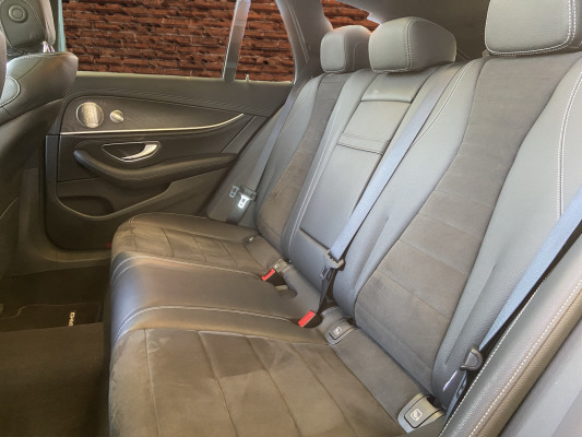 [all]12 Monate Garantie / zzgl. Ablieferungspauschale CHF 540.-[/all]


[all]

[/all]&nbsp; AMG Fussmatten mit AMG SchriftzugAMG Hecksch&uuml;rze in Diffusoroptik mit Zierleisten in SilberchromAMG Line ExterieurAMG Line InterieurAMG SeitenschwellerverkleidungenAMG Sportpedalanlage aus geb&uuml;rstetem Edelstahl mit schwarzen GumminoppenAMG spezifische Frontsch&uuml;rze mit Separatoren und K&uuml;hllufteinl&auml;ssen in Silberchrom und aerodynamischeAbgasanlage mit 2 Endrohren in Silberchrom (nicht funktional)AdBlue-Beh&auml;lter mit 23,5 Liter Fassungsverm&ouml;genAirbag: Airbags, Thorax-Pelvis-Airbags in den Sitzen und Windowbags f&uuml;r Fahrer und BeifahrerAirbag: Kneebag f&uuml;r FahrerAirbag: Knie-Airbag f&uuml;r FahrerAmbientebeleuchtung mit 64 Farben und 3 FarbzonenAntiblockiersystem (ABS)Armauflage der Mittelkonsole mit Ziern&auml;htenAssist: Aktiver BremssassistentAssist: Elektronisches Stabilit&auml;ts-Programm (ESP)Assist: Mercedes-Benz NotrufsystemAssist: PRE-SAFE SicherheitssystemAssist: R&uuml;ckfahrkameraAssist: VerkehrszeichenerkennungBlenden an der B-S&auml;ule und Fondfenstereinfassung in HochglanzschwarzBordkantenzierstab und Fenstereinfassung in Aluminium poliertBremsanlage mit gr&ouml;sseren Bremsscheiben an der VorderachseBrillenfach in der DachbedieneinheitDachhimmel schwarzDachreling in poliertem AluminiumDekor: Armaturenbrett und Bordkanten der T&uuml;ren in Ledernachbildung ARTICODekor: Zierelemente Esche schwarzDekor:Fahrer- und Beifahrersitz mit horizontaler Absteppung und sportlicher LehnenkonturDekor:Mittelkonsole Esche schwarzDiamantgrill mit Pins und Lamelle in Silberchrom mit Einlegern in HochglanzschwarzDieselpartikelfilterEinstiegsschienen vorne und hinten mit Logo,beleuchtetElektrische EASY-PACK Heckklappe mit elektromechanisch gesteuertem &Ouml;ffnen und SchliessenFahrwerk: DYNAMIC SELECT mit folgender Fahrprogramm-Auswahl: Comfort, Eco, Sport, Sport+,Fahrwerk:AGILITY CONTROL-Fahrwerk mit selektivemGarantie: MERCEDES-SWISS-INTEGRAL PaketGetriebe: 9G-TRONIC AutomatikInnenleuchten LEDKEYLESS GO Start FunktionKlima: Klimatisierungsautomatik THERMATICKraftstofftank 66 LiterLackierung: Uni-Lackierung PolarweissLenkrad: Multifunktions-Sportlenkrad in Leder NappaLicht: Adaptiver Fernlicht-AssistentLicht:LED High Performance-ScheinwerferMarkante Powerdomes auf der MotorhaubeMedia: 10-Zoll-Media-DisplayMedia: Digitaler Radioempfang (DAB/DAB+)Media: Erweiterte Features MBUXMedia: Kabelloses Ladesystem f&uuml;r mobile Ger&auml;teMedia: Kommunikationsmodul (LTE) zur Nutzung von Mercedes me connect DienstenMedia: Konnektivit&auml;ts-Paket NavigationMedia: MBUX Multimediasystem, volldigitales Cockpit mit zwei 10,25-Zoll-FarbdisplaysMedia: Touchpad in der MittelkonsoleMedia:Zwei USB-Anschl&uuml;sse im FondMercedes Stern im K&uuml;hlergrillMercedes-Benz Lorbeerkranz-Plakette auf der MotorhaubePaket: Ablage-PaketPaket: Innenraumlicht-PaketPaket: Sitzkomfort-Paket mit elektrischen und manuellen Einstellm&ouml;glichkeiten f&uuml;r eine ergonomischePolster: Ledernachbildung ARTICO/Mikrofaser DINAMICAReifendruckkontrolleRemote Services Plus mit Fahrzeugkonfiguration und -&uuml;berwachung &uuml;ber die Mercedes me connectR&auml;der: AMG Leichtmetallr&auml;der im 5-Speichen-Design 18JServolenkung geschwindigkeitsabh&auml;ngigSitze: Fondsitzlehnenklappung [40/20/40]Sitze: R&uuml;cksitzlehne geteilt abklappbarSitze: i-Size KindersitzbefestigungTIREFIT mit Reifenf&uuml;llkompressorVorr&uuml;stung f&uuml;r Carsharing-DiensteW&auml;rmed&auml;mmendes Glas, ab B-S&auml;ule dunkel get&ouml;nt Klima: Klimatisierungsautomatik THERMOTRONICPaket: Memory-PaketPaket: Premium-Plus-PaketAssist: Totwinkel-AssistentLicht: MULTIBEAM LEDMedia: Burmester Surround SoundsystemMedia: MBUX Augmented Reality f&uuml;r NavigationMedia: Media-Display 12,3''Paket: ENERGIZING PaketPaket: KEYLESS GO Komfort-PaketPaket: Memory-PaketPaket: Park-Paket mit 360&deg; -KameraPaket: Spiegel-PaketPanorama-SchiebedachSitze: Vordersitze heizbarPaket:Sport-Paket BlackDachreling schwarz