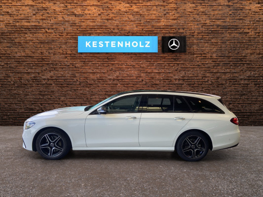 [all]12 Monate Garantie / zzgl. Ablieferungspauschale CHF 540.-[/all]


[all]

[/all]&nbsp; AMG Fussmatten mit AMG SchriftzugAMG Hecksch&uuml;rze in Diffusoroptik mit Zierleisten in SilberchromAMG Line ExterieurAMG Line InterieurAMG SeitenschwellerverkleidungenAMG Sportpedalanlage aus geb&uuml;rstetem Edelstahl mit schwarzen GumminoppenAMG spezifische Frontsch&uuml;rze mit Separatoren und K&uuml;hllufteinl&auml;ssen in Silberchrom und aerodynamischeAbgasanlage mit 2 Endrohren in Silberchrom (nicht funktional)AdBlue-Beh&auml;lter mit 23,5 Liter Fassungsverm&ouml;genAirbag: Airbags, Thorax-Pelvis-Airbags in den Sitzen und Windowbags f&uuml;r Fahrer und BeifahrerAirbag: Kneebag f&uuml;r FahrerAirbag: Knie-Airbag f&uuml;r FahrerAmbientebeleuchtung mit 64 Farben und 3 FarbzonenAntiblockiersystem (ABS)Armauflage der Mittelkonsole mit Ziern&auml;htenAssist: Aktiver BremssassistentAssist: Elektronisches Stabilit&auml;ts-Programm (ESP)Assist: Mercedes-Benz NotrufsystemAssist: PRE-SAFE SicherheitssystemAssist: R&uuml;ckfahrkameraAssist: VerkehrszeichenerkennungBlenden an der B-S&auml;ule und Fondfenstereinfassung in HochglanzschwarzBordkantenzierstab und Fenstereinfassung in Aluminium poliertBremsanlage mit gr&ouml;sseren Bremsscheiben an der VorderachseBrillenfach in der DachbedieneinheitDachhimmel schwarzDachreling in poliertem AluminiumDekor: Armaturenbrett und Bordkanten der T&uuml;ren in Ledernachbildung ARTICODekor: Zierelemente Esche schwarzDekor:Fahrer- und Beifahrersitz mit horizontaler Absteppung und sportlicher LehnenkonturDekor:Mittelkonsole Esche schwarzDiamantgrill mit Pins und Lamelle in Silberchrom mit Einlegern in HochglanzschwarzDieselpartikelfilterEinstiegsschienen vorne und hinten mit Logo,beleuchtetElektrische EASY-PACK Heckklappe mit elektromechanisch gesteuertem &Ouml;ffnen und SchliessenFahrwerk: DYNAMIC SELECT mit folgender Fahrprogramm-Auswahl: Comfort, Eco, Sport, Sport+,Fahrwerk:AGILITY CONTROL-Fahrwerk mit selektivemGarantie: MERCEDES-SWISS-INTEGRAL PaketGetriebe: 9G-TRONIC AutomatikInnenleuchten LEDKEYLESS GO Start FunktionKlima: Klimatisierungsautomatik THERMATICKraftstofftank 66 LiterLackierung: Uni-Lackierung PolarweissLenkrad: Multifunktions-Sportlenkrad in Leder NappaLicht: Adaptiver Fernlicht-AssistentLicht:LED High Performance-ScheinwerferMarkante Powerdomes auf der MotorhaubeMedia: 10-Zoll-Media-DisplayMedia: Digitaler Radioempfang (DAB/DAB+)Media: Erweiterte Features MBUXMedia: Kabelloses Ladesystem f&uuml;r mobile Ger&auml;teMedia: Kommunikationsmodul (LTE) zur Nutzung von Mercedes me connect DienstenMedia: Konnektivit&auml;ts-Paket NavigationMedia: MBUX Multimediasystem, volldigitales Cockpit mit zwei 10,25-Zoll-FarbdisplaysMedia: Touchpad in der MittelkonsoleMedia:Zwei USB-Anschl&uuml;sse im FondMercedes Stern im K&uuml;hlergrillMercedes-Benz Lorbeerkranz-Plakette auf der MotorhaubePaket: Ablage-PaketPaket: Innenraumlicht-PaketPaket: Sitzkomfort-Paket mit elektrischen und manuellen Einstellm&ouml;glichkeiten f&uuml;r eine ergonomischePolster: Ledernachbildung ARTICO/Mikrofaser DINAMICAReifendruckkontrolleRemote Services Plus mit Fahrzeugkonfiguration und -&uuml;berwachung &uuml;ber die Mercedes me connectR&auml;der: AMG Leichtmetallr&auml;der im 5-Speichen-Design 18JServolenkung geschwindigkeitsabh&auml;ngigSitze: Fondsitzlehnenklappung [40/20/40]Sitze: R&uuml;cksitzlehne geteilt abklappbarSitze: i-Size KindersitzbefestigungTIREFIT mit Reifenf&uuml;llkompressorVorr&uuml;stung f&uuml;r Carsharing-DiensteW&auml;rmed&auml;mmendes Glas, ab B-S&auml;ule dunkel get&ouml;nt Klima: Klimatisierungsautomatik THERMOTRONICPaket: Memory-PaketPaket: Premium-Plus-PaketAssist: Totwinkel-AssistentLicht: MULTIBEAM LEDMedia: Burmester Surround SoundsystemMedia: MBUX Augmented Reality f&uuml;r NavigationMedia: Media-Display 12,3''Paket: ENERGIZING PaketPaket: KEYLESS GO Komfort-PaketPaket: Memory-PaketPaket: Park-Paket mit 360&deg; -KameraPaket: Spiegel-PaketPanorama-SchiebedachSitze: Vordersitze heizbarPaket:Sport-Paket BlackDachreling schwarz