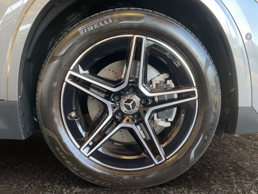 [all]12 Monate Garantie / Gratisservice 10 Jahre oder 100'000 Km ab 1.Inv. / zzgl. Ablieferungspauschale CHF 540.-[/all]


[all]

[/all]&nbsp; Airbag: Airbag Fahrer und BeifahrerAirbag: KneebagAirbag: Seitenairbag f&uuml;r Fahrer und BeifahrerAirbag: Window-KopfairbagsAntiblockiersystem (ABS)Assist: Mercedes-Benz NotrufsystemBordcomputerDachreling in poliertem AluminiumDekor: Zierelemente mit SternemusterDrehzahlmesserEinstiegsleisten mit "Mercedes-Benz" SchriftzugElektronisches Stabilit&auml;ts-Programm (ESP)Fahrwerk: Komfortfahrwerk mit TieferlegungGep&auml;cknetz an der R&uuml;cklehne des Fahrer- und BeifahrersitzesGetriebe: 8G-DCTHeckscheiben-Wisch-/WaschanlageHeckscheibenheizungKlima: Klimatisierungsautomatik THERMATICKopfst&uuml;tzenLackierung: Uni-Lackierung PolarweissLicht: Drittes BremslichtLicht: NebelschlussleuchteMERCEDES-BENZ MOBILIT&Auml;TMERCEDES-SWISS-INTEGRALMedia: Digitales Radio (DAB)Media: Display mit 10,25'' BildschirmdiagonaleMedia: Erweiterte MBUX FunktionenMedia: Kommunikationsmodul (LTE) zur Nutzung von Mercedes me connect DienstenMedia: Vorr&uuml;stung f&uuml;r Live Traffic InformationMedia: Vorr&uuml;stung f&uuml;r NavigationsdienstePROGRESSIVE Line AdvancedPaket: Licht- und SichtpaketPaket: Sitzkomfort-PaketPolster: Ledernachbildung ARTICO/Stoff Bertrix schwarzR&auml;der: Leichtmetallr&auml;der 18'' im 5-Doppelspeichen-DesignR&auml;der: ReifendruckkontrolleServolenkungSitze: Fondsitzlehnen im Verh&auml;ltnis 40/20/40 klappbarSitze: Sicherheitsgurte auf allen Pl&auml;tzenVorinstallation f&uuml;r Live Traffic InformationWegfahrsperre elektronischZentralverriegelung mit Fernbedienung AMG Line Premium PlusMBUX Interieur-AssistentMedia: Head-Up DisplayPanorama-SchiebedachSitze: Beifahrersitz elektrisch verstellbar mit Memory-FunktionAnh&auml;ngerkupplung mit ESP Anh&auml;ngerstabilisierungAssist: Verkehrszeichen-AssistentDekor: Zierelemente Holz Linde schwarz offenporingKlima: Klimatisierungsautomatik THERMOTRONICLackierung: Metallic-LackierungPaket: Fahrassistenz-PaketAssist: Aktiver Abstands-Assistent DISTRONICPaket: Night-Paket mit Progressive LineAussenspiegelgeh&auml;use in HochglanzschwarzBordkanten- und Fensterlinienzierst&auml;be in HochglanzschwarzOptischer Unterfahrschutz vorn und hinten in Schwarz hochgl&auml;nzendR&auml;der: Leichtmetallr&auml;der 18'' im 5-Doppelspeichen-DesignW&auml;rmed&auml;mmend dunkel get&ouml;ntes GlasPaket: WinterpaketLenkrad: LenkradheizungScheibenwaschanlage beheizbarSitze: Sitzheizung f&uuml;r Fahrer und BeifahrerPolster: Leder schwarzSitze: SportsitzeVolldigitales Kombiinstrument