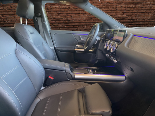 [all]12 Monate Garantie / Gratisservice 10 Jahre oder 100'000 Km ab 1.Inv. / zzgl. Ablieferungspauschale CHF 540.-[/all]


[all]

[/all]&nbsp; Airbag: Airbag Fahrer und BeifahrerAirbag: KneebagAirbag: Seitenairbag f&uuml;r Fahrer und BeifahrerAirbag: Window-KopfairbagsAntiblockiersystem (ABS)Assist: Mercedes-Benz NotrufsystemBordcomputerDachreling in poliertem AluminiumDekor: Zierelemente mit SternemusterDrehzahlmesserEinstiegsleisten mit "Mercedes-Benz" SchriftzugElektronisches Stabilit&auml;ts-Programm (ESP)Fahrwerk: Komfortfahrwerk mit TieferlegungGep&auml;cknetz an der R&uuml;cklehne des Fahrer- und BeifahrersitzesGetriebe: 8G-DCTHeckscheiben-Wisch-/WaschanlageHeckscheibenheizungKlima: Klimatisierungsautomatik THERMATICKopfst&uuml;tzenLackierung: Uni-Lackierung PolarweissLicht: Drittes BremslichtLicht: NebelschlussleuchteMERCEDES-BENZ MOBILIT&Auml;TMERCEDES-SWISS-INTEGRALMedia: Digitales Radio (DAB)Media: Display mit 10,25'' BildschirmdiagonaleMedia: Erweiterte MBUX FunktionenMedia: Kommunikationsmodul (LTE) zur Nutzung von Mercedes me connect DienstenMedia: Vorr&uuml;stung f&uuml;r Live Traffic InformationMedia: Vorr&uuml;stung f&uuml;r NavigationsdienstePROGRESSIVE Line AdvancedPaket: Licht- und SichtpaketPaket: Sitzkomfort-PaketPolster: Ledernachbildung ARTICO/Stoff Bertrix schwarzR&auml;der: Leichtmetallr&auml;der 18'' im 5-Doppelspeichen-DesignR&auml;der: ReifendruckkontrolleServolenkungSitze: Fondsitzlehnen im Verh&auml;ltnis 40/20/40 klappbarSitze: Sicherheitsgurte auf allen Pl&auml;tzenVorinstallation f&uuml;r Live Traffic InformationWegfahrsperre elektronischZentralverriegelung mit Fernbedienung AMG Line Premium PlusMBUX Interieur-AssistentMedia: Head-Up DisplayPanorama-SchiebedachSitze: Beifahrersitz elektrisch verstellbar mit Memory-FunktionAnh&auml;ngerkupplung mit ESP Anh&auml;ngerstabilisierungAssist: Verkehrszeichen-AssistentDekor: Zierelemente Holz Linde schwarz offenporingKlima: Klimatisierungsautomatik THERMOTRONICLackierung: Metallic-LackierungPaket: Fahrassistenz-PaketAssist: Aktiver Abstands-Assistent DISTRONICPaket: Night-Paket mit Progressive LineAussenspiegelgeh&auml;use in HochglanzschwarzBordkanten- und Fensterlinienzierst&auml;be in HochglanzschwarzOptischer Unterfahrschutz vorn und hinten in Schwarz hochgl&auml;nzendR&auml;der: Leichtmetallr&auml;der 18'' im 5-Doppelspeichen-DesignW&auml;rmed&auml;mmend dunkel get&ouml;ntes GlasPaket: WinterpaketLenkrad: LenkradheizungScheibenwaschanlage beheizbarSitze: Sitzheizung f&uuml;r Fahrer und BeifahrerPolster: Leder schwarzSitze: SportsitzeVolldigitales Kombiinstrument