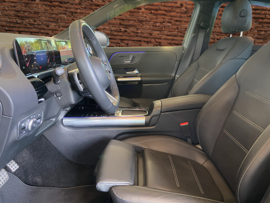 [all]12 Monate Garantie / Gratisservice 10 Jahre oder 100'000 Km ab 1.Inv. / zzgl. Ablieferungspauschale CHF 540.-[/all]


[all]

[/all]&nbsp; Airbag: Airbag Fahrer und BeifahrerAirbag: KneebagAirbag: Seitenairbag f&uuml;r Fahrer und BeifahrerAirbag: Window-KopfairbagsAntiblockiersystem (ABS)Assist: Mercedes-Benz NotrufsystemBordcomputerDachreling in poliertem AluminiumDekor: Zierelemente mit SternemusterDrehzahlmesserEinstiegsleisten mit "Mercedes-Benz" SchriftzugElektronisches Stabilit&auml;ts-Programm (ESP)Fahrwerk: Komfortfahrwerk mit TieferlegungGep&auml;cknetz an der R&uuml;cklehne des Fahrer- und BeifahrersitzesGetriebe: 8G-DCTHeckscheiben-Wisch-/WaschanlageHeckscheibenheizungKlima: Klimatisierungsautomatik THERMATICKopfst&uuml;tzenLackierung: Uni-Lackierung PolarweissLicht: Drittes BremslichtLicht: NebelschlussleuchteMERCEDES-BENZ MOBILIT&Auml;TMERCEDES-SWISS-INTEGRALMedia: Digitales Radio (DAB)Media: Display mit 10,25'' BildschirmdiagonaleMedia: Erweiterte MBUX FunktionenMedia: Kommunikationsmodul (LTE) zur Nutzung von Mercedes me connect DienstenMedia: Vorr&uuml;stung f&uuml;r Live Traffic InformationMedia: Vorr&uuml;stung f&uuml;r NavigationsdienstePROGRESSIVE Line AdvancedPaket: Licht- und SichtpaketPaket: Sitzkomfort-PaketPolster: Ledernachbildung ARTICO/Stoff Bertrix schwarzR&auml;der: Leichtmetallr&auml;der 18'' im 5-Doppelspeichen-DesignR&auml;der: ReifendruckkontrolleServolenkungSitze: Fondsitzlehnen im Verh&auml;ltnis 40/20/40 klappbarSitze: Sicherheitsgurte auf allen Pl&auml;tzenVorinstallation f&uuml;r Live Traffic InformationWegfahrsperre elektronischZentralverriegelung mit Fernbedienung AMG Line Premium PlusMBUX Interieur-AssistentMedia: Head-Up DisplayPanorama-SchiebedachSitze: Beifahrersitz elektrisch verstellbar mit Memory-FunktionAnh&auml;ngerkupplung mit ESP Anh&auml;ngerstabilisierungAssist: Verkehrszeichen-AssistentDekor: Zierelemente Holz Linde schwarz offenporingKlima: Klimatisierungsautomatik THERMOTRONICLackierung: Metallic-LackierungPaket: Fahrassistenz-PaketAssist: Aktiver Abstands-Assistent DISTRONICPaket: Night-Paket mit Progressive LineAussenspiegelgeh&auml;use in HochglanzschwarzBordkanten- und Fensterlinienzierst&auml;be in HochglanzschwarzOptischer Unterfahrschutz vorn und hinten in Schwarz hochgl&auml;nzendR&auml;der: Leichtmetallr&auml;der 18'' im 5-Doppelspeichen-DesignW&auml;rmed&auml;mmend dunkel get&ouml;ntes GlasPaket: WinterpaketLenkrad: LenkradheizungScheibenwaschanlage beheizbarSitze: Sitzheizung f&uuml;r Fahrer und BeifahrerPolster: Leder schwarzSitze: SportsitzeVolldigitales Kombiinstrument