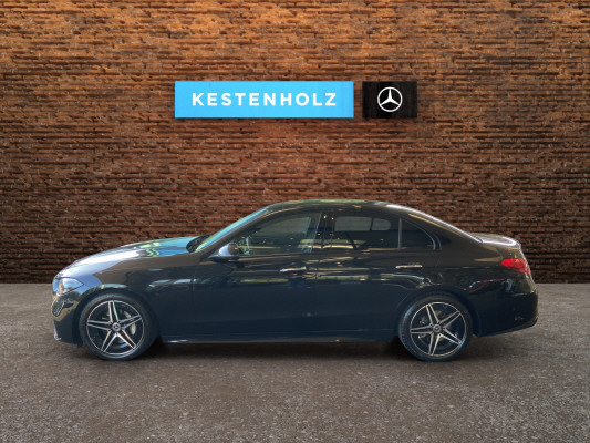 [all]Werksgarantie bis 29.01.2029 / Gratisservice 10 Jahre oder 100'000 Km, Reparaturservice 3 Jahre oder 100'000 Km ab 1.Inv. / zzgl. Ablieferungspauschale CHF 540.-[/all]


[all]

[/all]&nbsp; Airbag: Airbag Fahrer und BeifahrerAirbag: MittenairbagAirbag: Seitenairbag f&uuml;r Fahrer und BeifahrerAirbag: Window-KopfairbagsAntiblockiersystem (ABS)Assist: Aktiver Brems-AssistentAssist: Aktiver Spurhalte-AssistentAssist: Mercedes-Benz NotrufsystemBordcomputerDekor: Innenhimmel Stoff schwarzDekor: Mittelkonsole in Schwarz hochgl&auml;nzendDekor: Zierelemente in Wellenoptik silberDrehzahlmesserElektrische Fensterheber vorneElektronische TraktionskontrolleElektronisches Stabilit&auml;ts-Programm (ESP)Getriebe: 9G-TRONIC AutomatikHeckscheibenheizungLackierung: Uni-Lackierung PolarweissLicht: Drittes BremslichtLicht: LED High Performance-ScheinwerferMERCEDES-BENZ MOBILIT&Auml;TMERCEDES-SWISS-INTEGRALMedia: Digitales Radio (DAB)Paket: AVANTGARDE AdvancedPolster: Ledernachbildung ARTICO/Stoff Tomasi schwarzR&auml;der: 18'' AMG Leichtmetallr&auml;der im 5-Speichen-DesignR&auml;der: ReifendruckkontrolleServolenkungSicherheitsgurte 3-PunktWegfahrsperre elektronischZentralverriegelung mit Fernbedienung Assist: Verkehrszeichen-AssistentDekor: Instrumententafel und Bordkanten in Ledernachbildung ARTICO in NappaoptikEntfall Typenbezeichnung auf HeckdeckelLackierung: Metallic-LackierungMERCEDES-SWISS-INTEGRAL plusPaket: AMG Line Premium PlusKlima: Klimatisierungsautomatik THERMOTRONIC 4-ZonenLicht: DIGITAL LIGHT mit ProjektionsfunktionMedia: Burmester 3D-Surround-SoundsystemMedia: Head-Up DisplayPaket: AMG Line PremiumPanorama-SchiebedachPaket: KEYLESS GO Komfort-PaketPaket: Night-PaketAMG Frontsch&uuml;rze mit Zierelement (Wing) in Schwarz hochgl&auml;nzendBordkantenzierstab, Fensterlinienzierstab und Geh&auml;use der Aussenspiegel in Schwarz hochgl&auml;nzendHeckstossf&auml;nger mit Zierelement (Wing) in Schwarz hochgl&auml;nzendK&uuml;hlerverkleidung mit Mercedes-Benz Logo und Lamelle in Schwarz hochgl&auml;nzendW&auml;rmed&auml;mmendes Glas, ab B-S&auml;ule dunkel get&ouml;ntPaket: Park-Paket mit 360 -KameraAssist: 360-KameraAssist: Aktiver Parkassistent inkl. PARKTRONICPolster: Ledernachbildung ARTICO schwarz