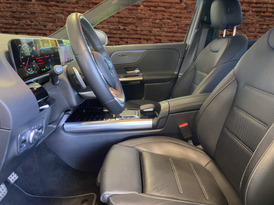 [all]12 Monate Garantie / Gratisservice 10 Jahre oder 100'000 Km ab 1.Inv. / zzgl. Ablieferungspauschale CHF 540.-[/all]


[all]

[/all]&nbsp; Airbag: Airbag Fahrer und BeifahrerAirbag: Seitenairbag f&uuml;r Fahrer und BeifahrerAirbag: Window-Kopfairbags f&uuml;r Fahrer, BeifahrerAmbientebeleuchtungAntiblockiersystem (ABS)Assist: Aktiver BremssassistentAssist: Aktiver Spurhalte-AssistentAssist: Elektronisches Stabilit&auml;ts-Programm (ESP)Assist: Geschwindigkeitslimit-AssistentAssist: R&uuml;ckfahrkameraAssist: Vorr&uuml;stung f&uuml;r OrtungsdienstDachreling in poliertem AluminiumDoppelcupholderEASY-PACK-HeckklappeFahrzeugschl&uuml;ssel: 2 silberfarbenGleichstrom-Ladesystem (DC-Laden) mit 110 kWLackierung: Uni-Lackierung PolarweissLadekabel f&uuml;r Industriesteckdose, 5m, glattLadekabel f&uuml;r Wallbox und &ouml;ffentliche Ladestationen, 5 m, glatt, 11 kWLicht: Adaptiver Fernlicht-Assistent PlusLicht: LED High Performance-ScheinwerferMERCEDES-BENZ MOBILIT&Auml;TMERCEDES-SWISS-INTEGRALMedia: Digitales Radio (DAB)Media: MBUX Multimediasystem mit zwei 7,25-Zoll-MediadisplaysMedia: Vorr&uuml;stung f&uuml;r das Fahrzeug-SetupPaket: Komfort-PaketPaket: Laderaum-PaketPaket: Licht- und SichtpaketPolster: Ledernachbildung ARTICO/Mikrofaser DINAMICA schwarzR&auml;der: TIREFITServolenkungVorr&uuml;stung f&uuml;r IONITYVorr&uuml;stung f&uuml;r Mercedes me ChargeWechselstromsystem (AC-Laden) Assist: VerkehrszeichenerkennungGet&ouml;nte W&auml;rmeschutzverglasungLackierung: Metallic-LackierungPaket: Fahrassistenz-PaketPaket: Leder-Paket und Sitzklimatisierung vornePaket: Premium-PaketMedia: Kabelloses Ladesystem f&uuml;r mobile Ger&auml;teMedia: MBUX Augmented Reality f&uuml;r NavigationMedia: Soundsystem AdvancedPaket: Advantage-PaketPaket: KEYLESS-GO-Paket