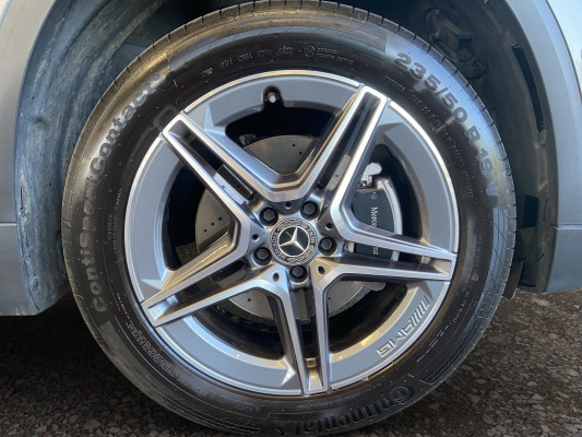 [all]12 Monate Garantie / Gratisservice 10 Jahre oder 100'000 Km ab 1.Inv. / zzgl. Ablieferungspauschale CHF 540.-[/all]


[all]

[/all]&nbsp; Airbag: Airbag Beifahrer deaktivierbarAirbag: Airbag Fahrer und BeifahrerAirbag: Head-/Thorax-SidebagsAirbag: Knie-Airbag f&uuml;r FahrerAirbag: Seitenairbag f&uuml;r Fahrer und BeifahrerAntiblockiersystem (ABS)Assist: Aktiver BremssassistentAssist: Aktiver Spurhalte-AssistentAssist: TEMPOMAT mit LimiterDekor: Zierelemente mit CarbonstrukturECO Start-Stopp-FunktionElektronisches Stabilit&auml;ts-Programm (ESP)Erste-Hilfe-Kasten und WarndreieckFahrzeugschl&uuml;ssel mit dekorativer ChromeinfassungGarantie: MERCEDES-SWISS-INTEGRALGep&auml;cknetz im BeifahrerfussraumGetriebe: Automatisches Doppelkupplungsgetriebe 8G-DCTKEYLESS GO Start FunktionLackierung: Uni-Lackierung PolarweissLadekabel f&uuml;r Wallbox und &ouml;ffentliche Ladestationen, 5m,glattLicht: LED High Performance-ScheinwerferMERCEDES-BENZ MOBILIT&Auml;TMERCEDES-SWISS-INTEGRALMedia: Digitales Radio (DAB)Polster: Ledernachbildung ARTICO/Mikrofaser DINAMICARegensensor f&uuml;r Scheibenwischer vorneReifendruck-KontrollanzeigeRemote ServicesR&auml;der: AMG Leichtmetallr&auml;der 19" im 5-Doppelspeichen-DesignServolenkung geschwindigkeitsabh&auml;ngigTIREFIT mit Reifenf&uuml;llkompressor Assist: VerkehrszeichenerkennungDekor: Zierelemente Aluminium mit L&auml;ngsschliff hellDiebstahlwarnanlage mit Innenraum-Klima: Klimatisierungsautomatik THERMOTRONICLackierung: Metallic-LackierungLadeanschluss f&uuml;r Wechselstrom 3,4kWLenkrad: Multifunktions-Sportlenkrad in Leder NappaMedia: Vorr&uuml;stung f&uuml;r Live Traffic InformationPaket: Fahrassistenz-Paket ohne PRE-SAFEAssist: Aktiver Geschwindigkeitslimit-AssistentAssist: Aktiver Lenk-AssistentAssist: Aktiver Park-Assistent mit DISTRONICAssist: Aktiver Spurwechsel-AssistentAssist: Automatische Wiederanfahrt im StauAssist: Streckenbasierte GeschwindigkeitsanpassungPaket: Komfort-PaketPaket: Park-Paket mit 360&deg; -KameraAssist: 360-KameraAssist: Aktiver Parkassistent inkl. PARKTRONICPaket: Premium-Plus-PaketBeleuchtete Einstiegsleisten mit Mercedes-Benz Schriftzug und WechselcoverLicht: Adaptiver Fernlicht-Assistent PlusLicht: Ambientebeleuchtung Multi-ColourLicht: MULTIBEAM LED ScheinwerferMedia: Burmester Surround SoundsystemMedia: FestplattennavigationMedia: Media-DisplayMedia: Soundsystem AdvancedPaket: KEYLESS-GO Komfort-PaketPaket: Memory-PaketPaket: Park-Paket mit R&uuml;ckfahrkameraPaket: Spiegel-PaketPanorama-SchiebedachSitze: 4-Wege-Lordosenst&uuml;tzeSitze: Beifahrersitz elektrisch verstellbar mit Memory-FunktionSitze: Sitzheizung f&uuml;r Fahrer und BeifahrerVolldigitales Instrumenten-DisplayPaket: Spiegel-PaketR&auml;der: SommerreifenSitze: Fondsitze l&auml;ngs verstellbarSitze: Mittelarmlehne hintenSitze: Sportsitze vorneW&auml;rmed&auml;mmendes Glas, ab B-S&auml;ule dunkel get&ouml;nt