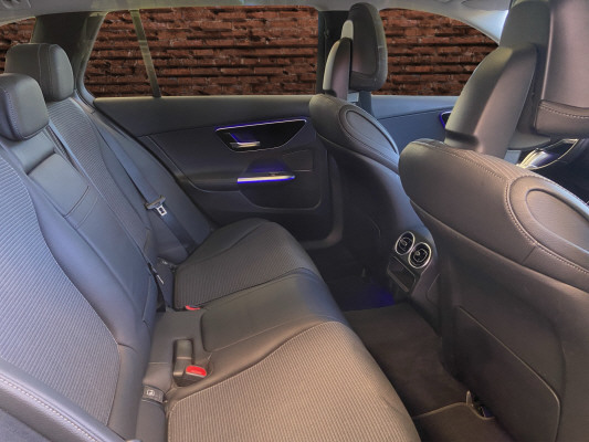 [all]12 Monate Garantie / Gratisservice 10 Jahre oder 100'000 Km ab 1.Inv. / zzgl. Ablieferungspauschale CHF 540.-[/all]


[all]

[/all]&nbsp; Airbag: Airbag Fahrer und BeifahrerAirbag: Seitenairbag f&uuml;r Fahrer und BeifahrerAirbag: Window-Kopfairbags f&uuml;r Fahrer, BeifahrerAntiblockiersystem (ABS)Assist: Aktiver BremssassistentAssist: Aktiver Spurhalte-AssistentAssist: Elektronisches Stabilit&auml;ts-Programm (ESP)Assist: Scheibenwischerbl&auml;tter mit RegensensorAssist: TempomatDekor: Mittelkonsole in HochglanzschwarzDekor: Zierelemente silbergrau mit DiamantmusterDieselpartikelfilterDoppelcupholderEASY-PACK-HeckklappeFahrwerk: AGILITY CONTROL-Aufh&auml;ngung, um 15 mm tiefergelegt mit selektivem D&auml;mpfungssystemFahrwerk: DYNAMIC SELECTGetriebe: 9G-TRONIC AutomatikIntegrierter Startergenerator der zweiten GenerationKEYLESS GO Start FunktionLackierung: Uni-Lackierung PolarweissLaderaumabdeckung inklusive EASY-PACK SicherheitsnetzMERCEDES-BENZ MOBILIT&Auml;TMERCEDES-SWISS-INTEGRALMedia: MBUX MultimediasystemMedia: Media Display (11,9 Zoll)Paket: Advantage-PaketPaket: BasispaketPaket: Innenraumlicht-PaketPolster: Stoff/ARTICO schwarzPowerdomes auf MotorhaubeRemote ServicesR&auml;der: 17'' Leichtmetallr&auml;der im 5-Speichen-DesignServolenkung geschwindigkeitsabh&auml;ngig Airbag: Seitenairbags hintenAnh&auml;ngevorrichtung mit ESP Anh&auml;ngerstabilisierungDekor: Dachhimmel in Stoff kristallgrauEntfernung des Fahrzeugtypenschilds auf dem KofferraumPaket: Premium-PaketAmbientebeleuchtungEinstiegsschienen vorne beleuchtetLicht: DIGITAL LIGHTMedia: MBUX Augmented Reality f&uuml;r NavigationPaket: KEYLESS GO Komfort-PaketPaket: Memory-PaketPaket: Park-Paket mit 360&deg; -KameraPaket: USB-Paket PlusPanorama-Schiebedach