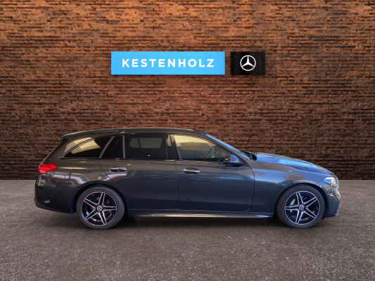 [all]12 Monate Garantie / Gratisservice 10 Jahre oder 100'000 Km ab 1.Inv. / zzgl. Ablieferungspauschale CHF 540.-[/all]


[all]

[/all]&nbsp; AMG Hintere Stossstange mit Diffusoroptik und schwarzen EinlagenAMG LineAMG Seitenverkleidungen in FahrzeugfarbeAMG Vordere Stossstange mit sportlichen Lufteinl&auml;ssen und ChromelementenAirbag: Airbag Fahrer und BeifahrerAirbag: Seitenairbag f&uuml;r Fahrer und BeifahrerAirbag: Window-Kopfairbags f&uuml;r Fahrer, BeifahrerAntiblockiersystem (ABS)Assist: Aktiver BremssassistentAssist: Aktiver Spurhalte-AssistentAssist: Elektronisches Stabilit&auml;ts-Programm (ESP)Assist: Scheibenwischerbl&auml;tter mit RegensensorAssist: TempomatDachreling in poliertem AluminiumDekor: Mittelkonsole in HochglanzschwarzDekor: Zierelemente MetallstrukturDieselpartikelfilterDoppelcupholderEASY-PACK-HeckklappeFahrwerk: DYNAMIC SELECTGetriebe: 9G-TRONIC AutomatikIntegrierter Startergenerator der zweiten GenerationKEYLESS GO Start FunktionLackierung: Uni-Lackierung PolarweissLaderaumabdeckung inklusive EASY-PACK SicherheitsnetzMERCEDES-BENZ MOBILIT&Auml;TMERCEDES-SWISS-INTEGRALMedia: MBUX MultimediasystemMedia: Media Display (11,9 Zoll)Paket: Advantage-PaketPaket: BasispaketPaket: Innenraumlicht-PaketPolster: ARTICO/DINAMICA schwarzPowerdomes auf MotorhaubeRemote ServicesR&auml;der: AMG 18'' Leichtmetallr&auml;der im 5-Speichen-DesignServolenkung geschwindigkeitsabh&auml;ngig Airbag: Seitenairbags hintenDachhimmel schwarzDekor: Linienstruktur anthrazit, Zierelemente Holz LindeLackierung: Metallic-LackierungPaket: Premium-Executive-PaketPaket: Premium-PaketPaket: Sport-Paket BlackAMG Frontsch&uuml;rze mit Zierelementen (Fl&uuml;ge) in HochglanzschwarzAussenspiegelgeh&auml;use in HochglanzschwarzDiamantgrill mit Pins in Silber und Einzellamelle in Hochglanzschwarz lackiertHintere Stossstange mit Zierelementen (Fl&uuml;ge) in HochglanzschwarzPaket: USB-Paket PlusPolster: Leder schwarz