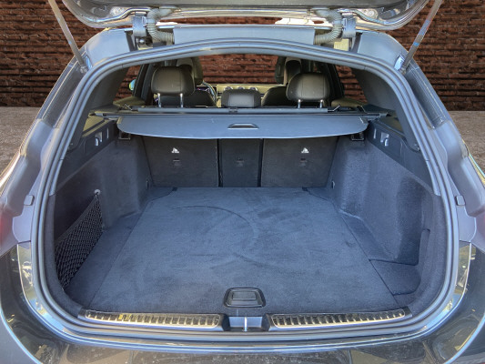 [all]12 Monate Garantie / Gratisservice 10 Jahre oder 100'000 Km ab 1.Inv. / zzgl. Ablieferungspauschale CHF 540.-[/all]


[all]

[/all]&nbsp; AMG Hintere Stossstange mit Diffusoroptik und schwarzen EinlagenAMG LineAMG Seitenverkleidungen in FahrzeugfarbeAMG Vordere Stossstange mit sportlichen Lufteinl&auml;ssen und ChromelementenAirbag: Airbag Fahrer und BeifahrerAirbag: Seitenairbag f&uuml;r Fahrer und BeifahrerAirbag: Window-Kopfairbags f&uuml;r Fahrer, BeifahrerAntiblockiersystem (ABS)Assist: Aktiver BremssassistentAssist: Aktiver Spurhalte-AssistentAssist: Elektronisches Stabilit&auml;ts-Programm (ESP)Assist: Scheibenwischerbl&auml;tter mit RegensensorAssist: TempomatDachreling in poliertem AluminiumDekor: Mittelkonsole in HochglanzschwarzDekor: Zierelemente MetallstrukturDieselpartikelfilterDoppelcupholderEASY-PACK-HeckklappeFahrwerk: DYNAMIC SELECTGetriebe: 9G-TRONIC AutomatikIntegrierter Startergenerator der zweiten GenerationKEYLESS GO Start FunktionLackierung: Uni-Lackierung PolarweissLaderaumabdeckung inklusive EASY-PACK SicherheitsnetzMERCEDES-BENZ MOBILIT&Auml;TMERCEDES-SWISS-INTEGRALMedia: MBUX MultimediasystemMedia: Media Display (11,9 Zoll)Paket: Advantage-PaketPaket: BasispaketPaket: Innenraumlicht-PaketPolster: ARTICO/DINAMICA schwarzPowerdomes auf MotorhaubeRemote ServicesR&auml;der: AMG 18'' Leichtmetallr&auml;der im 5-Speichen-DesignServolenkung geschwindigkeitsabh&auml;ngig Airbag: Seitenairbags hintenDachhimmel schwarzDekor: Linienstruktur anthrazit, Zierelemente Holz LindeLackierung: Metallic-LackierungPaket: Premium-Executive-PaketPaket: Premium-PaketPaket: Sport-Paket BlackAMG Frontsch&uuml;rze mit Zierelementen (Fl&uuml;ge) in HochglanzschwarzAussenspiegelgeh&auml;use in HochglanzschwarzDiamantgrill mit Pins in Silber und Einzellamelle in Hochglanzschwarz lackiertHintere Stossstange mit Zierelementen (Fl&uuml;ge) in HochglanzschwarzPaket: USB-Paket PlusPolster: Leder schwarz
