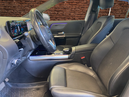 [all]12 Monate Garantie / Gratisservice 10 Jahre oder 100'000 Km ab 1.Inv. / zzgl. Ablieferungspauschale CHF 540.-[/all]


[all]

[/all]&nbsp; Airbag: Airbag Fahrer und BeifahrerAirbag: Seitenairbag f&uuml;r Fahrer und BeifahrerAirbag: Window-Kopfairbags f&uuml;r Fahrer, BeifahrerAmbientebeleuchtungAntiblockiersystem (ABS)Assist: Aktiver BremssassistentAssist: Aktiver Spurhalte-AssistentAssist: Elektronisches Stabilit&auml;ts-Programm (ESP)Assist: Geschwindigkeitslimit-AssistentAssist: R&uuml;ckfahrkameraAssist: Vorr&uuml;stung f&uuml;r OrtungsdienstAussenring mit Bel&uuml;ftungsd&uuml;sen in Chrom, Dekorelement in Hochglanzschwarz, InnenringDachreling in poliertem AluminiumDekor: Zierelemente SpiraloptikDoppelcupholderEASY-PACK-HeckklappeFahrzeugschl&uuml;ssel: 2 silberfarbenGleichstrom-Ladesystem (DC-Laden) mit 110 kWKlima: Klimatisierungsautomatik THERMOTRONICLackierung: Uni-Lackierung PolarweissLadekabel f&uuml;r Industriesteckdose, 5m, glattLadekabel f&uuml;r Wallbox und &ouml;ffentliche Ladestationen, 5 m, glatt, 11 kWLenkrad: Multifunktions-Sportlenkrad in LederLicht: Adaptiver Fernlicht-Assistent PlusLicht: LED High Performance-ScheinwerferMERCEDES-BENZ MOBILIT&Auml;TMERCEDES-SWISS-INTEGRALMedia: Digitales Radio (DAB)Media: MBUX Multimediasystem mit zwei 7,25-Zoll-MediadisplaysMedia: Vorr&uuml;stung f&uuml;r das Fahrzeug-SetupPaket: Komfort-PaketPaket: Laderaum-PaketPaket: Licht- und SichtpaketPolster: Polster Ledernachbildung ARTICO/Stoff schwarzR&auml;der: Leichtmetallr&auml;der 18'' im 5-Speichen-DesignR&auml;der: TIREFITServolenkungVorr&uuml;stung f&uuml;r IONITYVorr&uuml;stung f&uuml;r Mercedes me ChargeWechselstromsystem (AC-Laden) Assist: VerkehrszeichenerkennungPaket: Advantage-PaketAssist: Totwinkel-AssistentMedia: Media-Display, 10,25 ZollPaket: Park-PaketPaket: Spiegel-PaketVolldigitales Instrumenten-DisplayPaket: Fahrassistenz-PaketSitze: Sitzheizung f&uuml;r Fahrer und Beifahrer