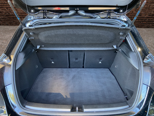 [all]12 Monate Garantie / Gratisservice 10 Jahre oder 100'000 Km ab 1.Inv. / zzgl. Ablieferungspauschale CHF 540.-[/all]


[all]

[/all]&nbsp; AMG Frontsch&uuml;rze mit Frontsplitter in Iridiumsilber mattAMG FussmattenAMG Hecksch&uuml;rze mit sichtbarer Auspuffblende und Zierelement in ChromAMG Line PremiumAMG Seitenschweller in FahrzeugfarbeAMG Sportpedalanlage aus geb&uuml;rstetem Edelstahl mit schwarzen GumminoppenAMG Track PaceAirbag: Airbag Fahrer und BeifahrerAirbag: KneebagAirbag: Seitenairbag f&uuml;r Fahrer und BeifahrerAirbag: Window-KopfairbagsAntiblockiersystem (ABS)Assist: Aktiver BremssassistentAssist: Aktiver Spurhalte-AssistentAssist: Mercedes-Benz NotrufsystemAssist: TempomatBordkantenzierstab und Fensterlinienzierstab in Aluminium hochgl&auml;nzendDekor: Dachhimmel Stoff in SchwarzDekor: MICROCUT Mikrofaser ZierelementeElektronisches Stabilit&auml;ts-Programm (ESP)Fahrwerk: DirektlenkungFahrwerk: Komfortfahrwerk mit TieferlegungGetriebe: 8G-DCTK&uuml;hlergrill mit Mercedes-Benz Muster in Chrom, mittiger Mercedes-Stern und Einzellamelle in ChromLackierung: Uni-LackierungLenkrad: AMG Performance Lenkrad in Leder NappaL&uuml;ftungsschlitze in Schwarz mit Aussenring in Silber mattMERCEDES-BENZ MOBILIT&Auml;TMERCEDES-SWISS-INTEGRALMedia: Digitales Radio (DAB)Media: Kommunikationsmodul (LTE) zur Nutzung von Mercedes me connect DienstenMedia: MBUX MultimediasystemPaket: Licht- und SichtpaketPolster: ARTICO/MICROCUT schwarzRemote ServicesR&auml;der: AMG Leichtmetallr&auml;der im 5-Doppelspeichen-Design 19JR&auml;der: ReifendruckkontrolleSitze: Sitzlehnen im Fond klappbar im Verh&auml;ltnis 40:20:40Sitze: SportsitzeT&uuml;rschweller mit &laquo;Mercedes-Benz&raquo; Schriftzug Assist: Verkehrszeichen-AssistentDekor: Zierelemente Aluminium AMG DesignDunkel get&ouml;nte W&auml;rmeschutzverglasungLackierung: Metallic-LackierungPaket: AMG Aerodynamik PaketPaket: AMG Line Premium PlusAssist: Totwinkel-AssistentBeleuchtete T&uuml;rschwellerDigitales KombiinstrumentKlima: Klimatisierungsautomatik THERMOTRONICLenkrad: AMG LenkradtastenLenkrad: AMG Performance Lenkrad in Leder Nappa/Microfaser DINAMICAMBUX Interieur-AssistentMedia: Burmester Surround SoundsystemMedia: Head-Up DisplayMedia: MBUX Augmented Reality f&uuml;r NavigationMedia: MBUX EntertainmentPaket: AMG LinePaket: PROGRESSIVE Line Advanced PlusPaket: Park-Paket mit 360&deg; -KameraPanorama-SchiebedachSitze: Beifahrersitz elektrisch verstellbar mit Memory-FunktionSitze: Fahrersitz elektrisch verstellbar mit MemorySportbremsanlagePaket: AMG Nachtpaket IPaket: AMG Nachtpaket IIPaket: AMG Performance Sitz-Paket Advanced