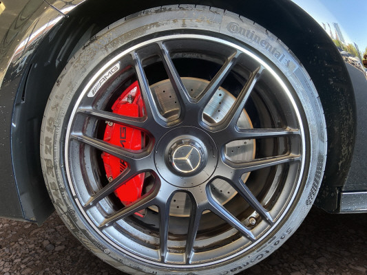 [all]12 Monate Garantie / Gratisservice 10 Jahre oder 100'000 Km ab 1.Inv. / zzgl. Ablieferungspauschale CHF 540.-[/all]


[all]

[/all]&nbsp; AMG Frontsch&uuml;rze mit Frontsplitter in Iridiumsilber mattAMG FussmattenAMG Hecksch&uuml;rze mit sichtbarer Auspuffblende und Zierelement in ChromAMG Line PremiumAMG Seitenschweller in FahrzeugfarbeAMG Sportpedalanlage aus geb&uuml;rstetem Edelstahl mit schwarzen GumminoppenAMG Track PaceAirbag: Airbag Fahrer und BeifahrerAirbag: KneebagAirbag: Seitenairbag f&uuml;r Fahrer und BeifahrerAirbag: Window-KopfairbagsAntiblockiersystem (ABS)Assist: Aktiver BremssassistentAssist: Aktiver Spurhalte-AssistentAssist: Mercedes-Benz NotrufsystemAssist: TempomatBordkantenzierstab und Fensterlinienzierstab in Aluminium hochgl&auml;nzendDekor: Dachhimmel Stoff in SchwarzDekor: MICROCUT Mikrofaser ZierelementeElektronisches Stabilit&auml;ts-Programm (ESP)Fahrwerk: DirektlenkungFahrwerk: Komfortfahrwerk mit TieferlegungGetriebe: 8G-DCTK&uuml;hlergrill mit Mercedes-Benz Muster in Chrom, mittiger Mercedes-Stern und Einzellamelle in ChromLackierung: Uni-LackierungLenkrad: AMG Performance Lenkrad in Leder NappaL&uuml;ftungsschlitze in Schwarz mit Aussenring in Silber mattMERCEDES-BENZ MOBILIT&Auml;TMERCEDES-SWISS-INTEGRALMedia: Digitales Radio (DAB)Media: Kommunikationsmodul (LTE) zur Nutzung von Mercedes me connect DienstenMedia: MBUX MultimediasystemPaket: Licht- und SichtpaketPolster: ARTICO/MICROCUT schwarzRemote ServicesR&auml;der: AMG Leichtmetallr&auml;der im 5-Doppelspeichen-Design 19JR&auml;der: ReifendruckkontrolleSitze: Sitzlehnen im Fond klappbar im Verh&auml;ltnis 40:20:40Sitze: SportsitzeT&uuml;rschweller mit &laquo;Mercedes-Benz&raquo; Schriftzug Assist: Verkehrszeichen-AssistentDekor: Zierelemente Aluminium AMG DesignDunkel get&ouml;nte W&auml;rmeschutzverglasungLackierung: Metallic-LackierungPaket: AMG Aerodynamik PaketPaket: AMG Line Premium PlusAssist: Totwinkel-AssistentBeleuchtete T&uuml;rschwellerDigitales KombiinstrumentKlima: Klimatisierungsautomatik THERMOTRONICLenkrad: AMG LenkradtastenLenkrad: AMG Performance Lenkrad in Leder Nappa/Microfaser DINAMICAMBUX Interieur-AssistentMedia: Burmester Surround SoundsystemMedia: Head-Up DisplayMedia: MBUX Augmented Reality f&uuml;r NavigationMedia: MBUX EntertainmentPaket: AMG LinePaket: PROGRESSIVE Line Advanced PlusPaket: Park-Paket mit 360&deg; -KameraPanorama-SchiebedachSitze: Beifahrersitz elektrisch verstellbar mit Memory-FunktionSitze: Fahrersitz elektrisch verstellbar mit MemorySportbremsanlagePaket: AMG Nachtpaket IPaket: AMG Nachtpaket IIPaket: AMG Performance Sitz-Paket Advanced