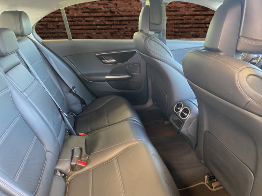 [all]12 Monate Garantie / Gratisservice 10 Jahre oder 100'000 Km ab 1.Inv. / zzgl. Ablieferungspauschale CHF 540.-[/all]


[all]

[/all]&nbsp; AVANTGARDEAirbag: Airbag Fahrer und BeifahrerAirbag: Seitenairbag f&uuml;r Fahrer und BeifahrerAirbag: Window-Kopfairbags f&uuml;r Fahrer, BeifahrerAntiblockiersystem (ABS)Assist: Aktiver BremssassistentAssist: Aktiver Spurhalte-AssistentAssist: Elektronisches Stabilit&auml;ts-Programm (ESP)Assist: Scheibenwischerbl&auml;tter mit RegensensorAssist: TempomatDekor: Mittelkonsole in HochglanzschwarzDekor: Zierelemente silbergrau mit DiamantmusterDoppelcupholderFahrwerk: AGILITY CONTROL-Aufh&auml;ngung, um 15 mm tiefergelegt mit selektivem D&auml;mpfungssystemFahrwerk: DYNAMIC SELECTGetriebe: 9G-TRONIC AutomatikIntegrierter Startergenerator der zweiten GenerationKEYLESS GO Start FunktionLackierung: Uni-Lackierung PolarweissLaderaumabdeckung inklusive EASY-PACK SicherheitsnetzMERCEDES-BENZ MOBILIT&Auml;TMERCEDES-SWISS-INTEGRALMedia: MBUX MultimediasystemMedia: Media Display (11,9 Zoll)Paket: Advantage-PaketPaket: BasispaketPaket: Innenraumlicht-PaketPolster: Stoff/ARTICO schwarzPowerdomes auf MotorhaubeRemote ServicesR&auml;der: 17'' Leichtmetallr&auml;der im 5-Speichen-DesignServolenkung geschwindigkeitsabh&auml;ngig Assist: Verkehrszeichen-AssistentDekor: Mittelkonsole silbergrau mit DiamantmusterLackierung: Metallic-LackierungPaket: Fahrassistenz-Paket PlusAssist: Aktive Abstands-Assistent DISTRONICAssist: PRE-SAFE Impuls SeiteAssist: PRE-SAFE SystemPaket: Premium-PaketAmbientebeleuchtungEinstiegsschienen vorne beleuchtetMedia: MBUX Augmented Reality f&uuml;r NavigationPaket: KEYLESS GO Komfort-PaketPaket: Memory-PaketPolster: ARTICO schwarz