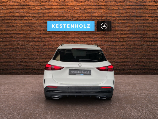 [all]Werksgarantie bis 30.03.2028 / Gratisservice 10 Jahre oder 100'000 Km, Reparaturservice 3 Jahre oder 100'000 Km ab 1.Inv. / zzgl. Ablieferungspauschale CHF 540.-[/all]


[all]

[/all]&nbsp; Airbag: Airbag Fahrer und BeifahrerAirbag: KneebagAirbag: Seitenairbag f&uuml;r Fahrer und BeifahrerAirbag: Window-KopfairbagsAntiblockiersystem (ABS)Assist: Mercedes-Benz NotrufsystemBordcomputerDachhimmel Stoff in KristallgrauDachreling in poliertem AluminiumDrehzahlmesserEinstiegsleisten mit "Mercedes-Benz" SchriftzugElektrische Fensterheber vorneElektronische TraktionskontrolleElektronisches Stabilit&auml;ts-Programm (ESP)Gep&auml;cknetz an der R&uuml;cklehne des Fahrer- und BeifahrersitzesGetriebe: 7G-DCTHeckscheiben-Wisch-/WaschanlageHeckscheibenheizungKartenaktualisierungen 7 Jahre kostenlosKlima: Klimatisierungsautomatik THERMATICKopfst&uuml;tzenLackierung: Uni-Lackierung PolarweissLicht: Drittes BremslichtLicht: NebelschlussleuchteL&uuml;ftungsschlitze in Schwarz mit Aussenring in MattsilberMERCEDES-BENZ MOBILIT&Auml;TMERCEDES-SWISS-INTEGRALMedia: Digitales Radio (DAB)Media: Display mit 10,25'' BildschirmdiagonaleMedia: Erweiterte MBUX FunktionenMedia: Kommunikationsmodul (LTE) zur Nutzung von Mercedes me connect DienstenMedia: Vorr&uuml;stung f&uuml;r Live Traffic InformationMedia: Vorr&uuml;stung f&uuml;r NavigationsdiensteOptischer Unterfahrschutz in SilberPaket: Licht- und SichtpaketPaket: Sitzkomfort-PaketR&auml;der: Leichtmetallr&auml;der 17'' im 5-Doppelspeichen-DesignR&auml;der: ReifendruckkontrolleSchalen f&uuml;r Radhaus und Seitensch&uuml;rze in Schwarz granuliertServolenkungSitze: Fondsitzlehnen im Verh&auml;ltnis 40/20/40 klappbarSitze: Sicherheitsgurte auf allen Pl&auml;tzenWegfahrsperre elektronischZentralverriegelung mit Fernbedienung AMG Line Advanced PlusAMG FussmattenAMG LineLicht: Ambientebeleuchtung Multi-ColourPaket: IndividualisierungspaketPowerdomes auf MotorhaubeSportlicher MotorsoundAMG Line PremiumAssist: Totwinkel-AssistentAssist: Totwinkel-AssistentAssist: Verkehrszeichen-AssistentEntry AdvancedDekor: Zierelemente mit SternemusterEASY-PACK-HeckklappeEntryPaket: Park-Paket mit R&uuml;ckfahrkameraPaket: Spiegel-PaketPolster: Ledernachbildung ARTICO/Stoff Bertrix schwarzSitze: 4-Wege-Lordosenst&uuml;tzeKlima: Klimatisierungsautomatik THERMOTRONICPaket: IndividualisierungspaketPaket: Night-Paket mit AMG LineAussenspiegelgeh&auml;use in HochglanzschwarzBordkanten- und Fensterlinienzierst&auml;be in HochglanzschwarzW&auml;rmed&auml;mmend dunkel get&ouml;ntes GlasPaket: WinterpaketLenkrad: LenkradheizungScheibenwaschanlage beheizbarSitze: Sitzheizung f&uuml;r Fahrer und BeifahrerVolldigitales KombiinstrumentW&auml;rmed&auml;mmend dunkel get&ouml;ntes Glas