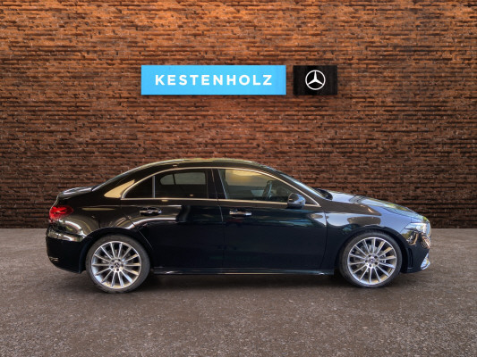 [all]12 Monate Garantie / Gratisservice 10 Jahre oder 100'000 Km ab 1.Inv. / zzgl. Ablieferungspauschale CHF 540.-[/all]


[all]

[/all]&nbsp; AMG Hecksch&uuml;rze mit Chromzierelement und sichtbaren EndrohrblendenAMG VeloursfussmattenAirbag: Airbag Fahrer und BeifahrerAirbag: Automatische Beifahrerairbag-AbschaltungAirbag: Knie-Airbag f&uuml;r FahrerAirbag: Sidebags f&uuml;r Fahrer und Beifahrer (kombinierte Thorax-Pelvis-Airbags)Airbag: Window-KopfairbagsAntiblockiersystem (ABS)Assist: Aktiver BremssassistentAssist: Aktiver Spurhalte-AssistentAssist: Mercedes-Benz NotrufsystemAssist: R&uuml;ckfahrkameraAssist: TEMPOMAT mit LimiterDYNAMIC SELECTDoppelcupholder vorneElektronisches Stabilit&auml;ts-Programm (ESP) mit Antriebsschlupfregel ASRErste-Hilfe-Kasten und WarndreieckGarantie: MERCEDES-SWISS-INTEGRAL PaketGetriebe: Automatisches Doppelkupplungsgetriebe 7G-DCTKlima: Klimatisierungsautomatik THERMATICLicht- und SichtpaketMERCEDES-BENZ MOBILIT&Auml;TMERCEDES-SWISS-INTEGRALMedia: Digitaler Radioempfang (DAB/DAB+)Media: Kommunikationsmodul (LTE) zur Nutzung von Mercedes me connect DienstenMedia: TouchpadParameterlenkungPolster: Ledernachbildung ARTICO/Mikrofaser DINAMICARegensensor f&uuml;r Scheibenwischer vorneReifendruck-KontrollanzeigeRemote ServicesR&auml;der: AMG Leichtmetallr&auml;der im 5-Doppelspeichen Design 18JR&auml;der: Reifenreparatur-Set (Tire Fit)Sitze: Vordersitze manuell verstellbar Assist: VerkehrszeichenerkennungDachhimmel schwarzDekor: Zierelemente Aluminium mit L&auml;ngsschliff hellInnenspiegel und Aussenspiegel links automatisch abblendendKlima: Klimatisierungsautomatik THERMOTRONICLackierung: Metallic-LackierungLicht: Adaptiver Fernlicht-Assistent PlusLicht: MULTIBEAM LED ScheinwerferMedia: Vorr&uuml;stung f&uuml;r NavigationsdienstePaket: Fahrassistenz-Paket ohne PRE-SAFEAssist: Aktiver Geschwindigkeitslimit-AssistentAssist: Aktiver Lenk-AssistentAssist: Aktiver Park-Assistent mit DISTRONICAssist: Aktiver Spurwechsel-AssistentAssist: Automatische Wiederanfahrt im StauAssist: Streckenbasierte GeschwindigkeitsanpassungPaket: KEYLESS-GO Komfort-PaketHANDS-FREE ACCESSKEYLESS-GOPaket: Park-Paket mit 360 -KameraPaket: Premium-PaketAmbientebeleuchtungBeleuchtete Einstiegsleisten mit Mercedes-Benz Schriftzug und WechselcoverDigitales 10-Zoll-InstrumentendisplayMedia: 10-Zoll-Media-DisplayMedia: FestplattennavigationPaket: KEYLESS-GO Komfort-PaketPaket: Park-Paket mit R&uuml;ckfahrkamera inkl.Paket: Spiegel-PaketSitze: Vordersitze heizbarPaket: Spiegel-PaketPanorama-SchiebedachR&auml;der: AMG Leichtmetallr&auml;der im Vielspeichen-Design 19JR&auml;der: SommerreifenSitze: Mittelarmlehne hintenSitze: R&uuml;cksitzlehne geteilt abklappbarW&auml;rmed&auml;mmendes Glas, ab B-S&auml;ule dunkel get&ouml;nt