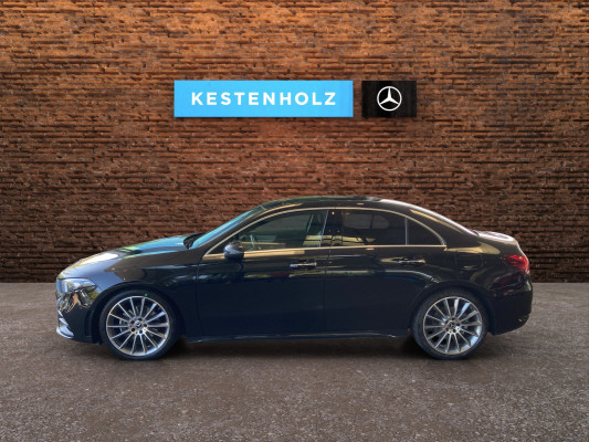 [all]12 Monate Garantie / Gratisservice 10 Jahre oder 100'000 Km ab 1.Inv. / zzgl. Ablieferungspauschale CHF 540.-[/all]


[all]

[/all]&nbsp; AMG Hecksch&uuml;rze mit Chromzierelement und sichtbaren EndrohrblendenAMG VeloursfussmattenAirbag: Airbag Fahrer und BeifahrerAirbag: Automatische Beifahrerairbag-AbschaltungAirbag: Knie-Airbag f&uuml;r FahrerAirbag: Sidebags f&uuml;r Fahrer und Beifahrer (kombinierte Thorax-Pelvis-Airbags)Airbag: Window-KopfairbagsAntiblockiersystem (ABS)Assist: Aktiver BremssassistentAssist: Aktiver Spurhalte-AssistentAssist: Mercedes-Benz NotrufsystemAssist: R&uuml;ckfahrkameraAssist: TEMPOMAT mit LimiterDYNAMIC SELECTDoppelcupholder vorneElektronisches Stabilit&auml;ts-Programm (ESP) mit Antriebsschlupfregel ASRErste-Hilfe-Kasten und WarndreieckGarantie: MERCEDES-SWISS-INTEGRAL PaketGetriebe: Automatisches Doppelkupplungsgetriebe 7G-DCTKlima: Klimatisierungsautomatik THERMATICLicht- und SichtpaketMERCEDES-BENZ MOBILIT&Auml;TMERCEDES-SWISS-INTEGRALMedia: Digitaler Radioempfang (DAB/DAB+)Media: Kommunikationsmodul (LTE) zur Nutzung von Mercedes me connect DienstenMedia: TouchpadParameterlenkungPolster: Ledernachbildung ARTICO/Mikrofaser DINAMICARegensensor f&uuml;r Scheibenwischer vorneReifendruck-KontrollanzeigeRemote ServicesR&auml;der: AMG Leichtmetallr&auml;der im 5-Doppelspeichen Design 18JR&auml;der: Reifenreparatur-Set (Tire Fit)Sitze: Vordersitze manuell verstellbar Assist: VerkehrszeichenerkennungDachhimmel schwarzDekor: Zierelemente Aluminium mit L&auml;ngsschliff hellInnenspiegel und Aussenspiegel links automatisch abblendendKlima: Klimatisierungsautomatik THERMOTRONICLackierung: Metallic-LackierungLicht: Adaptiver Fernlicht-Assistent PlusLicht: MULTIBEAM LED ScheinwerferMedia: Vorr&uuml;stung f&uuml;r NavigationsdienstePaket: Fahrassistenz-Paket ohne PRE-SAFEAssist: Aktiver Geschwindigkeitslimit-AssistentAssist: Aktiver Lenk-AssistentAssist: Aktiver Park-Assistent mit DISTRONICAssist: Aktiver Spurwechsel-AssistentAssist: Automatische Wiederanfahrt im StauAssist: Streckenbasierte GeschwindigkeitsanpassungPaket: KEYLESS-GO Komfort-PaketHANDS-FREE ACCESSKEYLESS-GOPaket: Park-Paket mit 360 -KameraPaket: Premium-PaketAmbientebeleuchtungBeleuchtete Einstiegsleisten mit Mercedes-Benz Schriftzug und WechselcoverDigitales 10-Zoll-InstrumentendisplayMedia: 10-Zoll-Media-DisplayMedia: FestplattennavigationPaket: KEYLESS-GO Komfort-PaketPaket: Park-Paket mit R&uuml;ckfahrkamera inkl.Paket: Spiegel-PaketSitze: Vordersitze heizbarPaket: Spiegel-PaketPanorama-SchiebedachR&auml;der: AMG Leichtmetallr&auml;der im Vielspeichen-Design 19JR&auml;der: SommerreifenSitze: Mittelarmlehne hintenSitze: R&uuml;cksitzlehne geteilt abklappbarW&auml;rmed&auml;mmendes Glas, ab B-S&auml;ule dunkel get&ouml;nt